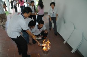 หลักสูตรหัวหน้างาน, หลักสูตรพัฒนาหัวหน้างาน, หลักสูตรหัวหน้างานยุคใหม่, การบริหาร, management, หัวหน้างาน, supervisor, การบังคับบัญชาสำหรับหัวหน้างาน, supervisory, บทบาทหัวหน้างาน, บทบาทและหน้าที่หัวหน้างาน, supervisory skill, การแก้ปัญหาและตัดสินใจ, problem solving, problem solving and decision making, การบริหารความขัดแย้ง, conflict, conflict management, การเป็นผู้นำ, leadership, ผู้นำ, leader, โค้ช, coach, การสอนงาน, coaching, การสั่งการ, การสั่งงาน, directing, การมอบหมายงาน, delegation, การควบคุมงาน, controlling, การจูงใจ, การจูงใจผู้ใต้บังคับบัญชา, การจูงใจลูกน้อง, motivation, การประเมินผลการปฏิบัติงาน, performance appraisal, การบริหารทรัพยากรบุคคล, human resource management, งานด้านบุคคล, hr, human resource, การบริหารทรัพยากรมนุษย์, การพัฒนาบุคลากร, แผนการฝึกอบรมประจำปี, training, training road map, การรักษาบุคลากร, engagement, การรักษาคนเก่ง, talent retention, การคิดอย่างเป็นระบบ, systematic thinking, การคิดสร้างสรรค์, creative thinking, การทำงานเป็นทีม, team, teamwork, การสื่อสาร, communication, การประสานงาน, cooperation, การเจรจาต่อรอง, negotiation, การนำเสนอ, present, presentation, presentation skill, presentation technique, การวางแผน, plan, planning, การจัดลำดับความสำคัญของงาน, priority setting, การให้คำปรึกษา, counseling, การเป็นพี่เลี้ยง, พี่เลี้ยง, mentor, mentoring, การสัมภาษณ์พนักงาน, interview, interviewing, ความฉลาดทางอารมณ์, E.Q., e.q., 5ส, การเพิ่มผลผลิต, productivity, การลดต้นทุน, cost, cost reduction, การขาย, sales, การตลาด, marketing, การให้บริการ, service, service mind, การบริหารลูกค้าสัมพันธ์, crm, customer relationship management, การบริหารเชิงกลยุทธ์, strategic management, การวางแผนกลยุทธ์, strategic planning, การกำหนดตัวชี้วัดในการทำงาน, kpi, การบริหารเวลา, time management, โหงวเฮ้ง, kaizen, บริษัท ไอเดียล อินโนเวชั่น จำกัด, ไอเดียลอินโนเวชั่น, วิชิต สุรพนานนท์ชัย, ดร.วิชิต สุรพนานนท์ชัย, บริษัทวางระบบองค์กร, วางระบบองค์กร, วางระบบบริษัท, รับวางระบบบริษัท, บริษัทวางระบบ, การวางระบบบริษัท, บริษัทที่ปรึกษา, บริษัทวางระบบด้านงานบุคคล, ที่ปรึกษา, งานที่ปรึกษา, ที่ปรึกษาด้าน hr, บริษัทที่ปรึกษาด้าน hr, ที่ปรึกษา hr, ปรึกษา hr, ที่ปรึกษางาน hr, ที่ปรึกษาด้านทรัพยากรบุคคล, บริษัท hr consultant, บริษัทที่ปรึกษาด้าน hrd, ที่ปรึกษา hrd, ปรึกษา hrd, ที่ปรึกษางาน hrd, บริษัทที่ปรึกษาธุรกิจ, บริษัทที่ปรึกษาจำกัด, ที่ปรึกษาองค์กร, บริษัทรับวางระบบ, วางระบบด้านงานบุคคล, วางระบบด้านการบริหาร, วางระบบด้าน hr, งานด้าน hr, ผู้เชี่ยวชาญด้าน hr, ที่ปรึกษาด้านการขาย, วางระบบด้านการขาย, ที่ปรึกษาด้านการตลาด, วางระบบด้านการตลาด, ที่ปรึกษาด้านบัญชี, วางระบบด้านบัญชี, ที่ปรึกษาด้านการเงิน, วางระบบด้านการเงิน, ที่ปรึกษาด้านบริการ, วางระบบด้านบริการ