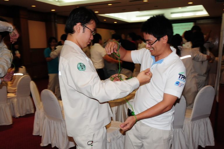 หลักสูตรหัวหน้างาน, หลักสูตรพัฒนาหัวหน้างาน, หลักสูตรหัวหน้างานยุคใหม่, การบริหาร, management, หัวหน้างาน, supervisor, การบังคับบัญชาสำหรับหัวหน้างาน, supervisory, บทบาทหัวหน้างาน, บทบาทและหน้าที่หัวหน้างาน, supervisory skill, การแก้ปัญหาและตัดสินใจ, problem solving, problem solving and decision making, การบริหารความขัดแย้ง, conflict, conflict management, การเป็นผู้นำ, leadership, ผู้นำ, leader, โค้ช, coach, การสอนงาน, coaching, การสั่งการ, การสั่งงาน, directing, การมอบหมายงาน, delegation, การควบคุมงาน, controlling, การจูงใจ, การจูงใจผู้ใต้บังคับบัญชา, การจูงใจลูกน้อง, motivation, การประเมินผลการปฏิบัติงาน, performance appraisal, การบริหารทรัพยากรบุคคล, human resource management, งานด้านบุคคล, hr, human resource, การบริหารทรัพยากรมนุษย์, การพัฒนาบุคลากร, แผนการฝึกอบรมประจำปี, training, training road map, การรักษาบุคลากร, engagement, การรักษาคนเก่ง, talent retention, การคิดอย่างเป็นระบบ, systematic thinking, การคิดสร้างสรรค์, creative thinking, การทำงานเป็นทีม, team, teamwork, การสื่อสาร, communication, การประสานงาน, cooperation, การเจรจาต่อรอง, negotiation, การนำเสนอ, present, presentation, presentation skill, presentation technique, การวางแผน, plan, planning, การจัดลำดับความสำคัญของงาน, priority setting, การให้คำปรึกษา, counseling, การเป็นพี่เลี้ยง, พี่เลี้ยง, mentor, mentoring, การสัมภาษณ์พนักงาน, interview, interviewing, ความฉลาดทางอารมณ์, E.Q., e.q., 5ส, การเพิ่มผลผลิต, productivity, การลดต้นทุน, cost, cost reduction, การขาย, sales, การตลาด, marketing, การให้บริการ, service, service mind, การบริหารลูกค้าสัมพันธ์, crm, customer relationship management, การบริหารเชิงกลยุทธ์, strategic management, การวางแผนกลยุทธ์, strategic planning, การกำหนดตัวชี้วัดในการทำงาน, kpi, การบริหารเวลา, time management, โหงวเฮ้ง, kaizen, บริษัท ไอเดียล อินโนเวชั่น จำกัด, ไอเดียลอินโนเวชั่น, วิชิต สุรพนานนท์ชัย, ดร.วิชิต สุรพนานนท์ชัย, บริษัทวางระบบองค์กร, วางระบบองค์กร, วางระบบบริษัท, รับวางระบบบริษัท, บริษัทวางระบบ, การวางระบบบริษัท, บริษัทที่ปรึกษา, บริษัทวางระบบด้านงานบุคคล, ที่ปรึกษา, งานที่ปรึกษา, ที่ปรึกษาด้าน hr, บริษัทที่ปรึกษาด้าน hr, ที่ปรึกษา hr, ปรึกษา hr, ที่ปรึกษางาน hr, ที่ปรึกษาด้านทรัพยากรบุคคล, บริษัท hr consultant, บริษัทที่ปรึกษาด้าน hrd, ที่ปรึกษา hrd, ปรึกษา hrd, ที่ปรึกษางาน hrd, บริษัทที่ปรึกษาธุรกิจ, บริษัทที่ปรึกษาจำกัด, ที่ปรึกษาองค์กร, บริษัทรับวางระบบ, วางระบบด้านงานบุคคล, วางระบบด้านการบริหาร, วางระบบด้าน hr, งานด้าน hr, ผู้เชี่ยวชาญด้าน hr, ที่ปรึกษาด้านการขาย, วางระบบด้านการขาย, ที่ปรึกษาด้านการตลาด, วางระบบด้านการตลาด, ที่ปรึกษาด้านบัญชี, วางระบบด้านบัญชี, ที่ปรึกษาด้านการเงิน, วางระบบด้านการเงิน, ที่ปรึกษาด้านบริการ, วางระบบด้านบริการ