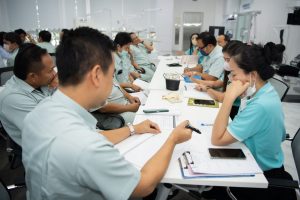 หลักสูตรหัวหน้างาน, หลักสูตรพัฒนาหัวหน้างาน, หลักสูตรหัวหน้างานยุคใหม่, การบริหาร, management, หัวหน้างาน, supervisor, การบังคับบัญชาสำหรับหัวหน้างาน, supervisory, บทบาทหัวหน้างาน, บทบาทและหน้าที่หัวหน้างาน, supervisory skill, การแก้ปัญหาและตัดสินใจ, problem solving, problem solving and decision making, การบริหารความขัดแย้ง, conflict, conflict management, การเป็นผู้นำ, leadership, ผู้นำ, leader, โค้ช, coach, การสอนงาน, coaching, การสั่งการ, การสั่งงาน, directing, การมอบหมายงาน, delegation, การควบคุมงาน, controlling, การจูงใจ, การจูงใจผู้ใต้บังคับบัญชา, การจูงใจลูกน้อง, motivation, การประเมินผลการปฏิบัติงาน, performance appraisal, การบริหารทรัพยากรบุคคล, human resource management, งานด้านบุคคล, hr, human resource, การบริหารทรัพยากรมนุษย์, การพัฒนาบุคลากร, แผนการฝึกอบรมประจำปี, training, training road map, การรักษาบุคลากร, engagement, การรักษาคนเก่ง, talent retention, การคิดอย่างเป็นระบบ, systematic thinking, การคิดสร้างสรรค์, creative thinking, การทำงานเป็นทีม, team, teamwork, การสื่อสาร, communication, การประสานงาน, cooperation, การเจรจาต่อรอง, negotiation, การนำเสนอ, present, presentation, presentation skill, presentation technique, การวางแผน, plan, planning, การจัดลำดับความสำคัญของงาน, priority setting, การให้คำปรึกษา, counseling, การเป็นพี่เลี้ยง, พี่เลี้ยง, mentor, mentoring, การสัมภาษณ์พนักงาน, interview, interviewing, ความฉลาดทางอารมณ์, E.Q., e.q., 5ส, การเพิ่มผลผลิต, productivity, การลดต้นทุน, cost, cost reduction, การขาย, sales, การตลาด, marketing, การให้บริการ, service, service mind, การบริหารลูกค้าสัมพันธ์, crm, customer relationship management, การบริหารเชิงกลยุทธ์, strategic management, การวางแผนกลยุทธ์, strategic planning, การกำหนดตัวชี้วัดในการทำงาน, KPI, การบริหารเวลา, time management, โหงวเฮ้ง, kaizen, บริษัท ไอเดียล อินโนเวชั่น จำกัด, ไอเดียลอินโนเวชั่น, วิชิต สุรพนานนท์ชัย, ดร.วิชิต สุรพนานนท์ชัย, บริษัทที่ปรึกษา, บริษัทวางระบบด้านงานบุคคล, ที่ปรึกษา, งานที่ปรึกษา, ที่ปรึกษา hr ที่ปรึกษาด้าน HR, ที่ปรึกษาองค์กร, บริษัทรับวางระบบ, วางระบบด้านงานบุคคล, วางระบบด้านการบริหาร, วางระบบด้าน HR, งานด้าน HR, ผู้เชี่ยวชาญด้าน HR, วางระบบด้านการขาย, วางระบบด้านการตลาด, วางระบบด้านบัญชี, วางระบบด้านการเงิน