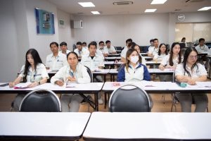 หลักสูตรหัวหน้างาน, หลักสูตรพัฒนาหัวหน้างาน, หลักสูตรหัวหน้างานยุคใหม่, การบริหาร, management, หัวหน้างาน, supervisor, การบังคับบัญชาสำหรับหัวหน้างาน, supervisory, บทบาทหัวหน้างาน, บทบาทและหน้าที่หัวหน้างาน, supervisory skill, การแก้ปัญหาและตัดสินใจ, problem solving, problem solving and decision making, การบริหารความขัดแย้ง, conflict, conflict management, การเป็นผู้นำ, leadership, ผู้นำ, leader, โค้ช, coach, การสอนงาน, coaching, การสั่งการ, การสั่งงาน, directing, การมอบหมายงาน, delegation, การควบคุมงาน, controlling, การจูงใจ, การจูงใจผู้ใต้บังคับบัญชา, การจูงใจลูกน้อง, motivation, การประเมินผลการปฏิบัติงาน, performance appraisal, การบริหารทรัพยากรบุคคล, human resource management, งานด้านบุคคล, hr, human resource, การบริหารทรัพยากรมนุษย์, การพัฒนาบุคลากร, แผนการฝึกอบรมประจำปี, training, training road map, การรักษาบุคลากร, engagement, การรักษาคนเก่ง, talent retention, การคิดอย่างเป็นระบบ, systematic thinking, การคิดสร้างสรรค์, creative thinking, การทำงานเป็นทีม, team, teamwork, การสื่อสาร, communication, การประสานงาน, cooperation, การเจรจาต่อรอง, negotiation, การนำเสนอ, present, presentation, presentation skill, presentation technique, การวางแผน, plan, planning, การจัดลำดับความสำคัญของงาน, priority setting, การให้คำปรึกษา, counseling, การเป็นพี่เลี้ยง, พี่เลี้ยง, mentor, mentoring, การสัมภาษณ์พนักงาน, interview, interviewing, ความฉลาดทางอารมณ์, E.Q., e.q., 5ส, การเพิ่มผลผลิต, productivity, การลดต้นทุน, cost, cost reduction, การขาย, sales, การตลาด, marketing, การให้บริการ, service, service mind, การบริหารลูกค้าสัมพันธ์, crm, customer relationship management, การบริหารเชิงกลยุทธ์, strategic management, การวางแผนกลยุทธ์, strategic planning, การกำหนดตัวชี้วัดในการทำงาน, KPI, การบริหารเวลา, time management, โหงวเฮ้ง, kaizen, บริษัท ไอเดียล อินโนเวชั่น จำกัด, ไอเดียลอินโนเวชั่น, วิชิต สุรพนานนท์ชัย, ดร.วิชิต สุรพนานนท์ชัย, บริษัทที่ปรึกษา, บริษัทวางระบบด้านงานบุคคล, ที่ปรึกษา, งานที่ปรึกษา, ที่ปรึกษา hr ที่ปรึกษาด้าน HR, ที่ปรึกษาองค์กร, บริษัทรับวางระบบ, วางระบบด้านงานบุคคล, วางระบบด้านการบริหาร, วางระบบด้าน HR, งานด้าน HR, ผู้เชี่ยวชาญด้าน HR, วางระบบด้านการขาย, วางระบบด้านการตลาด, วางระบบด้านบัญชี, วางระบบด้านการเงิน