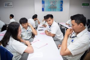 หลักสูตรหัวหน้างาน, หลักสูตรพัฒนาหัวหน้างาน, หลักสูตรหัวหน้างานยุคใหม่, การบริหาร, management, หัวหน้างาน, supervisor, การบังคับบัญชาสำหรับหัวหน้างาน, supervisory, บทบาทหัวหน้างาน, บทบาทและหน้าที่หัวหน้างาน, supervisory skill, การแก้ปัญหาและตัดสินใจ, problem solving, problem solving and decision making, การบริหารความขัดแย้ง, conflict, conflict management, การเป็นผู้นำ, leadership, ผู้นำ, leader, โค้ช, coach, การสอนงาน, coaching, การสั่งการ, การสั่งงาน, directing, การมอบหมายงาน, delegation, การควบคุมงาน, controlling, การจูงใจ, การจูงใจผู้ใต้บังคับบัญชา, การจูงใจลูกน้อง, motivation, การประเมินผลการปฏิบัติงาน, performance appraisal, การบริหารทรัพยากรบุคคล, human resource management, งานด้านบุคคล, hr, human resource, การบริหารทรัพยากรมนุษย์, การพัฒนาบุคลากร, แผนการฝึกอบรมประจำปี, training, training road map, การรักษาบุคลากร, engagement, การรักษาคนเก่ง, talent retention, การคิดอย่างเป็นระบบ, systematic thinking, การคิดสร้างสรรค์, creative thinking, การทำงานเป็นทีม, team, teamwork, การสื่อสาร, communication, การประสานงาน, cooperation, การเจรจาต่อรอง, negotiation, การนำเสนอ, present, presentation, presentation skill, presentation technique, การวางแผน, plan, planning, การจัดลำดับความสำคัญของงาน, priority setting, การให้คำปรึกษา, counseling, การเป็นพี่เลี้ยง, พี่เลี้ยง, mentor, mentoring, การสัมภาษณ์พนักงาน, interview, interviewing, ความฉลาดทางอารมณ์, E.Q., e.q., 5ส, การเพิ่มผลผลิต, productivity, การลดต้นทุน, cost, cost reduction, การขาย, sales, การตลาด, marketing, การให้บริการ, service, service mind, การบริหารลูกค้าสัมพันธ์, crm, customer relationship management, การบริหารเชิงกลยุทธ์, strategic management, การวางแผนกลยุทธ์, strategic planning, การกำหนดตัวชี้วัดในการทำงาน, KPI, การบริหารเวลา, time management, โหงวเฮ้ง, kaizen, บริษัท ไอเดียล อินโนเวชั่น จำกัด, ไอเดียลอินโนเวชั่น, วิชิต สุรพนานนท์ชัย, ดร.วิชิต สุรพนานนท์ชัย, บริษัทที่ปรึกษา, บริษัทวางระบบด้านงานบุคคล, ที่ปรึกษา, งานที่ปรึกษา, ที่ปรึกษา hr ที่ปรึกษาด้าน HR, ที่ปรึกษาองค์กร, บริษัทรับวางระบบ, วางระบบด้านงานบุคคล, วางระบบด้านการบริหาร, วางระบบด้าน HR, งานด้าน HR, ผู้เชี่ยวชาญด้าน HR, วางระบบด้านการขาย, วางระบบด้านการตลาด, วางระบบด้านบัญชี, วางระบบด้านการเงิน