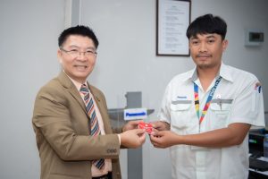 หลักสูตรหัวหน้างาน, หลักสูตรพัฒนาหัวหน้างาน, หลักสูตรหัวหน้างานยุคใหม่, การบริหาร, management, หัวหน้างาน, supervisor, การบังคับบัญชาสำหรับหัวหน้างาน, supervisory, บทบาทหัวหน้างาน, บทบาทและหน้าที่หัวหน้างาน, supervisory skill, การแก้ปัญหาและตัดสินใจ, problem solving, problem solving and decision making, การบริหารความขัดแย้ง, conflict, conflict management, การเป็นผู้นำ, leadership, ผู้นำ, leader, โค้ช, coach, การสอนงาน, coaching, การสั่งการ, การสั่งงาน, directing, การมอบหมายงาน, delegation, การควบคุมงาน, controlling, การจูงใจ, การจูงใจผู้ใต้บังคับบัญชา, การจูงใจลูกน้อง, motivation, การประเมินผลการปฏิบัติงาน, performance appraisal, การบริหารทรัพยากรบุคคล, human resource management, งานด้านบุคคล, hr, human resource, การบริหารทรัพยากรมนุษย์, การพัฒนาบุคลากร, แผนการฝึกอบรมประจำปี, training, training road map, การรักษาบุคลากร, engagement, การรักษาคนเก่ง, talent retention, การคิดอย่างเป็นระบบ, systematic thinking, การคิดสร้างสรรค์, creative thinking, การทำงานเป็นทีม, team, teamwork, การสื่อสาร, communication, การประสานงาน, cooperation, การเจรจาต่อรอง, negotiation, การนำเสนอ, present, presentation, presentation skill, presentation technique, การวางแผน, plan, planning, การจัดลำดับความสำคัญของงาน, priority setting, การให้คำปรึกษา, counseling, การเป็นพี่เลี้ยง, พี่เลี้ยง, mentor, mentoring, การสัมภาษณ์พนักงาน, interview, interviewing, ความฉลาดทางอารมณ์, E.Q., e.q., 5ส, การเพิ่มผลผลิต, productivity, การลดต้นทุน, cost, cost reduction, การขาย, sales, การตลาด, marketing, การให้บริการ, service, service mind, การบริหารลูกค้าสัมพันธ์, crm, customer relationship management, การบริหารเชิงกลยุทธ์, strategic management, การวางแผนกลยุทธ์, strategic planning, การกำหนดตัวชี้วัดในการทำงาน, KPI, การบริหารเวลา, time management, โหงวเฮ้ง, kaizen, บริษัท ไอเดียล อินโนเวชั่น จำกัด, ไอเดียลอินโนเวชั่น, วิชิต สุรพนานนท์ชัย, ดร.วิชิต สุรพนานนท์ชัย, บริษัทที่ปรึกษา, บริษัทวางระบบด้านงานบุคคล, ที่ปรึกษา, งานที่ปรึกษา, ที่ปรึกษา hr ที่ปรึกษาด้าน HR, ที่ปรึกษาองค์กร, บริษัทรับวางระบบ, วางระบบด้านงานบุคคล, วางระบบด้านการบริหาร, วางระบบด้าน HR, งานด้าน HR, ผู้เชี่ยวชาญด้าน HR, วางระบบด้านการขาย, วางระบบด้านการตลาด, วางระบบด้านบัญชี, วางระบบด้านการเงิน