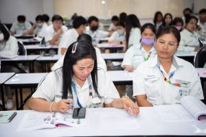 หลักสูตรหัวหน้างาน, หลักสูตรพัฒนาหัวหน้างาน, หลักสูตรหัวหน้างานยุคใหม่, การบริหาร, management, หัวหน้างาน, supervisor, การบังคับบัญชาสำหรับหัวหน้างาน, supervisory, บทบาทหัวหน้างาน, บทบาทและหน้าที่หัวหน้างาน, supervisory skill, การแก้ปัญหาและตัดสินใจ, problem solving, problem solving and decision making, การบริหารความขัดแย้ง, conflict, conflict management, การเป็นผู้นำ, leadership, ผู้นำ, leader, โค้ช, coach, การสอนงาน, coaching, การสั่งการ, การสั่งงาน, directing, การมอบหมายงาน, delegation, การควบคุมงาน, controlling, การจูงใจ, การจูงใจผู้ใต้บังคับบัญชา, การจูงใจลูกน้อง, motivation, การประเมินผลการปฏิบัติงาน, performance appraisal, การบริหารทรัพยากรบุคคล, human resource management, งานด้านบุคคล, hr, human resource, การบริหารทรัพยากรมนุษย์, การพัฒนาบุคลากร, แผนการฝึกอบรมประจำปี, training, training road map, การรักษาบุคลากร, engagement, การรักษาคนเก่ง, talent retention, การคิดอย่างเป็นระบบ, systematic thinking, การคิดสร้างสรรค์, creative thinking, การทำงานเป็นทีม, team, teamwork, การสื่อสาร, communication, การประสานงาน, cooperation, การเจรจาต่อรอง, negotiation, การนำเสนอ, present, presentation, presentation skill, presentation technique, การวางแผน, plan, planning, การจัดลำดับความสำคัญของงาน, priority setting, การให้คำปรึกษา, counseling, การเป็นพี่เลี้ยง, พี่เลี้ยง, mentor, mentoring, การสัมภาษณ์พนักงาน, interview, interviewing, ความฉลาดทางอารมณ์, E.Q., e.q., 5ส, การเพิ่มผลผลิต, productivity, การลดต้นทุน, cost, cost reduction, การขาย, sales, การตลาด, marketing, การให้บริการ, service, service mind, การบริหารลูกค้าสัมพันธ์, crm, customer relationship management, การบริหารเชิงกลยุทธ์, strategic management, การวางแผนกลยุทธ์, strategic planning, การกำหนดตัวชี้วัดในการทำงาน, KPI, การบริหารเวลา, time management, โหงวเฮ้ง, kaizen, บริษัท ไอเดียล อินโนเวชั่น จำกัด, ไอเดียลอินโนเวชั่น, วิชิต สุรพนานนท์ชัย, ดร.วิชิต สุรพนานนท์ชัย, บริษัทที่ปรึกษา, บริษัทวางระบบด้านงานบุคคล, ที่ปรึกษา, งานที่ปรึกษา, ที่ปรึกษา hr ที่ปรึกษาด้าน HR, ที่ปรึกษาองค์กร, บริษัทรับวางระบบ, วางระบบด้านงานบุคคล, วางระบบด้านการบริหาร, วางระบบด้าน HR, งานด้าน HR, ผู้เชี่ยวชาญด้าน HR, วางระบบด้านการขาย, วางระบบด้านการตลาด, วางระบบด้านบัญชี, วางระบบด้านการเงิน