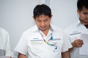 หลักสูตรหัวหน้างาน, หลักสูตรพัฒนาหัวหน้างาน, หลักสูตรหัวหน้างานยุคใหม่, การบริหาร, management, หัวหน้างาน, supervisor, การบังคับบัญชาสำหรับหัวหน้างาน, supervisory, บทบาทหัวหน้างาน, บทบาทและหน้าที่หัวหน้างาน, supervisory skill, การแก้ปัญหาและตัดสินใจ, problem solving, problem solving and decision making, การบริหารความขัดแย้ง, conflict, conflict management, การเป็นผู้นำ, leadership, ผู้นำ, leader, โค้ช, coach, การสอนงาน, coaching, การสั่งการ, การสั่งงาน, directing, การมอบหมายงาน, delegation, การควบคุมงาน, controlling, การจูงใจ, การจูงใจผู้ใต้บังคับบัญชา, การจูงใจลูกน้อง, motivation, การประเมินผลการปฏิบัติงาน, performance appraisal, การบริหารทรัพยากรบุคคล, human resource management, งานด้านบุคคล, hr, human resource, การบริหารทรัพยากรมนุษย์, การพัฒนาบุคลากร, แผนการฝึกอบรมประจำปี, training, training road map, การรักษาบุคลากร, engagement, การรักษาคนเก่ง, talent retention, การคิดอย่างเป็นระบบ, systematic thinking, การคิดสร้างสรรค์, creative thinking, การทำงานเป็นทีม, team, teamwork, การสื่อสาร, communication, การประสานงาน, cooperation, การเจรจาต่อรอง, negotiation, การนำเสนอ, present, presentation, presentation skill, presentation technique, การวางแผน, plan, planning, การจัดลำดับความสำคัญของงาน, priority setting, การให้คำปรึกษา, counseling, การเป็นพี่เลี้ยง, พี่เลี้ยง, mentor, mentoring, การสัมภาษณ์พนักงาน, interview, interviewing, ความฉลาดทางอารมณ์, E.Q., e.q., 5ส, การเพิ่มผลผลิต, productivity, การลดต้นทุน, cost, cost reduction, การขาย, sales, การตลาด, marketing, การให้บริการ, service, service mind, การบริหารลูกค้าสัมพันธ์, crm, customer relationship management, การบริหารเชิงกลยุทธ์, strategic management, การวางแผนกลยุทธ์, strategic planning, การกำหนดตัวชี้วัดในการทำงาน, KPI, การบริหารเวลา, time management, โหงวเฮ้ง, kaizen, บริษัท ไอเดียล อินโนเวชั่น จำกัด, ไอเดียลอินโนเวชั่น, วิชิต สุรพนานนท์ชัย, ดร.วิชิต สุรพนานนท์ชัย, บริษัทที่ปรึกษา, บริษัทวางระบบด้านงานบุคคล, ที่ปรึกษา, งานที่ปรึกษา, ที่ปรึกษา hr ที่ปรึกษาด้าน HR, ที่ปรึกษาองค์กร, บริษัทรับวางระบบ, วางระบบด้านงานบุคคล, วางระบบด้านการบริหาร, วางระบบด้าน HR, งานด้าน HR, ผู้เชี่ยวชาญด้าน HR, วางระบบด้านการขาย, วางระบบด้านการตลาด, วางระบบด้านบัญชี, วางระบบด้านการเงิน