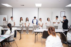 หลักสูตรหัวหน้างาน, หลักสูตรพัฒนาหัวหน้างาน, หลักสูตรหัวหน้างานยุคใหม่, การบริหาร, management, หัวหน้างาน, supervisor, การบังคับบัญชาสำหรับหัวหน้างาน, supervisory, บทบาทหัวหน้างาน, บทบาทและหน้าที่หัวหน้างาน, supervisory skill, การแก้ปัญหาและตัดสินใจ, problem solving, problem solving and decision making, การบริหารความขัดแย้ง, conflict, conflict management, การเป็นผู้นำ, leadership, ผู้นำ, leader, โค้ช, coach, การสอนงาน, coaching, การสั่งการ, การสั่งงาน, directing, การมอบหมายงาน, delegation, การควบคุมงาน, controlling, การจูงใจ, การจูงใจผู้ใต้บังคับบัญชา, การจูงใจลูกน้อง, motivation, การประเมินผลการปฏิบัติงาน, performance appraisal, การบริหารทรัพยากรบุคคล, human resource management, งานด้านบุคคล, hr, human resource, การบริหารทรัพยากรมนุษย์, การพัฒนาบุคลากร, แผนการฝึกอบรมประจำปี, training, training road map, การรักษาบุคลากร, engagement, การรักษาคนเก่ง, talent retention, การคิดอย่างเป็นระบบ, systematic thinking, การคิดสร้างสรรค์, creative thinking, การทำงานเป็นทีม, team, teamwork, การสื่อสาร, communication, การประสานงาน, cooperation, การเจรจาต่อรอง, negotiation, การนำเสนอ, present, presentation, presentation skill, presentation technique, การวางแผน, plan, planning, การจัดลำดับความสำคัญของงาน, priority setting, การให้คำปรึกษา, counseling, การเป็นพี่เลี้ยง, พี่เลี้ยง, mentor, mentoring, การสัมภาษณ์พนักงาน, interview, interviewing, ความฉลาดทางอารมณ์, E.Q., e.q., 5ส, การเพิ่มผลผลิต, productivity, การลดต้นทุน, cost, cost reduction, การขาย, sales, การตลาด, marketing, การให้บริการ, service, service mind, การบริหารลูกค้าสัมพันธ์, crm, customer relationship management, การบริหารเชิงกลยุทธ์, strategic management, การวางแผนกลยุทธ์, strategic planning, การกำหนดตัวชี้วัดในการทำงาน, KPI, การบริหารเวลา, time management, โหงวเฮ้ง, kaizen, บริษัท ไอเดียล อินโนเวชั่น จำกัด, ไอเดียลอินโนเวชั่น, วิชิต สุรพนานนท์ชัย, ดร.วิชิต สุรพนานนท์ชัย, บริษัทที่ปรึกษา, บริษัทวางระบบด้านงานบุคคล, ที่ปรึกษา, งานที่ปรึกษา, ที่ปรึกษา hr ที่ปรึกษาด้าน HR, ที่ปรึกษาองค์กร, บริษัทรับวางระบบ, วางระบบด้านงานบุคคล, วางระบบด้านการบริหาร, วางระบบด้าน HR, งานด้าน HR, ผู้เชี่ยวชาญด้าน HR, วางระบบด้านการขาย, วางระบบด้านการตลาด, วางระบบด้านบัญชี, วางระบบด้านการเงิน