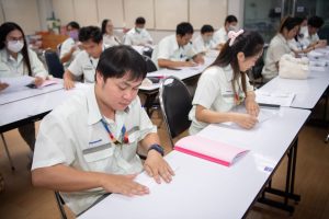 หลักสูตรหัวหน้างาน, หลักสูตรพัฒนาหัวหน้างาน, หลักสูตรหัวหน้างานยุคใหม่, การบริหาร, management, หัวหน้างาน, supervisor, การบังคับบัญชาสำหรับหัวหน้างาน, supervisory, บทบาทหัวหน้างาน, บทบาทและหน้าที่หัวหน้างาน, supervisory skill, การแก้ปัญหาและตัดสินใจ, problem solving, problem solving and decision making, การบริหารความขัดแย้ง, conflict, conflict management, การเป็นผู้นำ, leadership, ผู้นำ, leader, โค้ช, coach, การสอนงาน, coaching, การสั่งการ, การสั่งงาน, directing, การมอบหมายงาน, delegation, การควบคุมงาน, controlling, การจูงใจ, การจูงใจผู้ใต้บังคับบัญชา, การจูงใจลูกน้อง, motivation, การประเมินผลการปฏิบัติงาน, performance appraisal, การบริหารทรัพยากรบุคคล, human resource management, งานด้านบุคคล, hr, human resource, การบริหารทรัพยากรมนุษย์, การพัฒนาบุคลากร, แผนการฝึกอบรมประจำปี, training, training road map, การรักษาบุคลากร, engagement, การรักษาคนเก่ง, talent retention, การคิดอย่างเป็นระบบ, systematic thinking, การคิดสร้างสรรค์, creative thinking, การทำงานเป็นทีม, team, teamwork, การสื่อสาร, communication, การประสานงาน, cooperation, การเจรจาต่อรอง, negotiation, การนำเสนอ, present, presentation, presentation skill, presentation technique, การวางแผน, plan, planning, การจัดลำดับความสำคัญของงาน, priority setting, การให้คำปรึกษา, counseling, การเป็นพี่เลี้ยง, พี่เลี้ยง, mentor, mentoring, การสัมภาษณ์พนักงาน, interview, interviewing, ความฉลาดทางอารมณ์, E.Q., e.q., 5ส, การเพิ่มผลผลิต, productivity, การลดต้นทุน, cost, cost reduction, การขาย, sales, การตลาด, marketing, การให้บริการ, service, service mind, การบริหารลูกค้าสัมพันธ์, crm, customer relationship management, การบริหารเชิงกลยุทธ์, strategic management, การวางแผนกลยุทธ์, strategic planning, การกำหนดตัวชี้วัดในการทำงาน, KPI, การบริหารเวลา, time management, โหงวเฮ้ง, kaizen, บริษัท ไอเดียล อินโนเวชั่น จำกัด, ไอเดียลอินโนเวชั่น, วิชิต สุรพนานนท์ชัย, ดร.วิชิต สุรพนานนท์ชัย, บริษัทที่ปรึกษา, บริษัทวางระบบด้านงานบุคคล, ที่ปรึกษา, งานที่ปรึกษา, ที่ปรึกษา hr ที่ปรึกษาด้าน HR, ที่ปรึกษาองค์กร, บริษัทรับวางระบบ, วางระบบด้านงานบุคคล, วางระบบด้านการบริหาร, วางระบบด้าน HR, งานด้าน HR, ผู้เชี่ยวชาญด้าน HR, วางระบบด้านการขาย, วางระบบด้านการตลาด, วางระบบด้านบัญชี, วางระบบด้านการเงิน