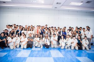 หลักสูตรหัวหน้างาน, หลักสูตรพัฒนาหัวหน้างาน, หลักสูตรหัวหน้างานยุคใหม่, การบริหาร, management, หัวหน้างาน, supervisor, การบังคับบัญชาสำหรับหัวหน้างาน, supervisory, บทบาทหัวหน้างาน, บทบาทและหน้าที่หัวหน้างาน, supervisory skill, การแก้ปัญหาและตัดสินใจ, problem solving, problem solving and decision making, การบริหารความขัดแย้ง, conflict, conflict management, การเป็นผู้นำ, leadership, ผู้นำ, leader, โค้ช, coach, การสอนงาน, coaching, การสั่งการ, การสั่งงาน, directing, การมอบหมายงาน, delegation, การควบคุมงาน, controlling, การจูงใจ, การจูงใจผู้ใต้บังคับบัญชา, การจูงใจลูกน้อง, motivation, การประเมินผลการปฏิบัติงาน, performance appraisal, การบริหารทรัพยากรบุคคล, human resource management, งานด้านบุคคล, hr, human resource, การบริหารทรัพยากรมนุษย์, การพัฒนาบุคลากร, แผนการฝึกอบรมประจำปี, training, training road map, การรักษาบุคลากร, engagement, การรักษาคนเก่ง, talent retention, การคิดอย่างเป็นระบบ, systematic thinking, การคิดสร้างสรรค์, creative thinking, การทำงานเป็นทีม, team, teamwork, การสื่อสาร, communication, การประสานงาน, cooperation, การเจรจาต่อรอง, negotiation, การนำเสนอ, present, presentation, presentation skill, presentation technique, การวางแผน, plan, planning, การจัดลำดับความสำคัญของงาน, priority setting, การให้คำปรึกษา, counseling, การเป็นพี่เลี้ยง, พี่เลี้ยง, mentor, mentoring, การสัมภาษณ์พนักงาน, interview, interviewing, ความฉลาดทางอารมณ์, E.Q., e.q., 5ส, การเพิ่มผลผลิต, productivity, การลดต้นทุน, cost, cost reduction, การขาย, sales, การตลาด, marketing, การให้บริการ, service, service mind, การบริหารลูกค้าสัมพันธ์, crm, customer relationship management, การบริหารเชิงกลยุทธ์, strategic management, การวางแผนกลยุทธ์, strategic planning, การกำหนดตัวชี้วัดในการทำงาน, kpi, การบริหารเวลา, time management, โหงวเฮ้ง, kaizen, บริษัท ไอเดียล อินโนเวชั่น จำกัด, ไอเดียลอินโนเวชั่น, วิชิต สุรพนานนท์ชัย, ดร.วิชิต สุรพนานนท์ชัย, บริษัทวางระบบองค์กร, วางระบบองค์กร, วางระบบบริษัท, รับวางระบบบริษัท, บริษัทวางระบบ, การวางระบบบริษัท, บริษัทที่ปรึกษา, บริษัทวางระบบด้านงานบุคคล, ที่ปรึกษา, งานที่ปรึกษา, ที่ปรึกษาด้าน hr, บริษัทที่ปรึกษาด้าน hr, ที่ปรึกษา hr, ปรึกษา hr, ที่ปรึกษางาน hr, ที่ปรึกษาด้านทรัพยากรบุคคล, บริษัท hr consultant, บริษัทที่ปรึกษาด้าน hrd, ที่ปรึกษา hrd, ปรึกษา hrd, ที่ปรึกษางาน hrd, บริษัทที่ปรึกษาธุรกิจ, บริษัทที่ปรึกษาจำกัด, ที่ปรึกษาองค์กร, บริษัทรับวางระบบ, วางระบบด้านงานบุคคล, วางระบบด้านการบริหาร, วางระบบด้าน hr, งานด้าน hr, ผู้เชี่ยวชาญด้าน hr, ที่ปรึกษาด้านการขาย, วางระบบด้านการขาย, ที่ปรึกษาด้านการตลาด, วางระบบด้านการตลาด, ที่ปรึกษาด้านบัญชี, วางระบบด้านบัญชี, ที่ปรึกษาด้านการเงิน, วางระบบด้านการเงิน, ที่ปรึกษาด้านบริการ, วางระบบด้านบริการ
