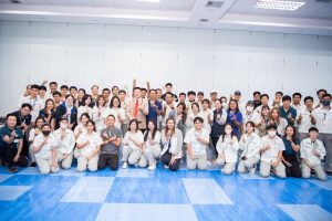 หลักสูตรหัวหน้างาน, หลักสูตรพัฒนาหัวหน้างาน, หลักสูตรหัวหน้างานยุคใหม่, การบริหาร, management, หัวหน้างาน, supervisor, การบังคับบัญชาสำหรับหัวหน้างาน, supervisory, บทบาทหัวหน้างาน, บทบาทและหน้าที่หัวหน้างาน, supervisory skill, การแก้ปัญหาและตัดสินใจ, problem solving, problem solving and decision making, การบริหารความขัดแย้ง, conflict, conflict management, การเป็นผู้นำ, leadership, ผู้นำ, leader, โค้ช, coach, การสอนงาน, coaching, การสั่งการ, การสั่งงาน, directing, การมอบหมายงาน, delegation, การควบคุมงาน, controlling, การจูงใจ, การจูงใจผู้ใต้บังคับบัญชา, การจูงใจลูกน้อง, motivation, การประเมินผลการปฏิบัติงาน, performance appraisal, การบริหารทรัพยากรบุคคล, human resource management, งานด้านบุคคล, hr, human resource, การบริหารทรัพยากรมนุษย์, การพัฒนาบุคลากร, แผนการฝึกอบรมประจำปี, training, training road map, การรักษาบุคลากร, engagement, การรักษาคนเก่ง, talent retention, การคิดอย่างเป็นระบบ, systematic thinking, การคิดสร้างสรรค์, creative thinking, การทำงานเป็นทีม, team, teamwork, การสื่อสาร, communication, การประสานงาน, cooperation, การเจรจาต่อรอง, negotiation, การนำเสนอ, present, presentation, presentation skill, presentation technique, การวางแผน, plan, planning, การจัดลำดับความสำคัญของงาน, priority setting, การให้คำปรึกษา, counseling, การเป็นพี่เลี้ยง, พี่เลี้ยง, mentor, mentoring, การสัมภาษณ์พนักงาน, interview, interviewing, ความฉลาดทางอารมณ์, E.Q., e.q., 5ส, การเพิ่มผลผลิต, productivity, การลดต้นทุน, cost, cost reduction, การขาย, sales, การตลาด, marketing, การให้บริการ, service, service mind, การบริหารลูกค้าสัมพันธ์, crm, customer relationship management, การบริหารเชิงกลยุทธ์, strategic management, การวางแผนกลยุทธ์, strategic planning, การกำหนดตัวชี้วัดในการทำงาน, kpi, การบริหารเวลา, time management, โหงวเฮ้ง, kaizen, บริษัท ไอเดียล อินโนเวชั่น จำกัด, ไอเดียลอินโนเวชั่น, วิชิต สุรพนานนท์ชัย, ดร.วิชิต สุรพนานนท์ชัย, บริษัทวางระบบองค์กร, วางระบบองค์กร, วางระบบบริษัท, รับวางระบบบริษัท, บริษัทวางระบบ, การวางระบบบริษัท, บริษัทที่ปรึกษา, บริษัทวางระบบด้านงานบุคคล, ที่ปรึกษา, งานที่ปรึกษา, ที่ปรึกษาด้าน hr, บริษัทที่ปรึกษาด้าน hr, ที่ปรึกษา hr, ปรึกษา hr, ที่ปรึกษางาน hr, ที่ปรึกษาด้านทรัพยากรบุคคล, บริษัท hr consultant, บริษัทที่ปรึกษาด้าน hrd, ที่ปรึกษา hrd, ปรึกษา hrd, ที่ปรึกษางาน hrd, บริษัทที่ปรึกษาธุรกิจ, บริษัทที่ปรึกษาจำกัด, ที่ปรึกษาองค์กร, บริษัทรับวางระบบ, วางระบบด้านงานบุคคล, วางระบบด้านการบริหาร, วางระบบด้าน hr, งานด้าน hr, ผู้เชี่ยวชาญด้าน hr, ที่ปรึกษาด้านการขาย, วางระบบด้านการขาย, ที่ปรึกษาด้านการตลาด, วางระบบด้านการตลาด, ที่ปรึกษาด้านบัญชี, วางระบบด้านบัญชี, ที่ปรึกษาด้านการเงิน, วางระบบด้านการเงิน, ที่ปรึกษาด้านบริการ, วางระบบด้านบริการ