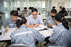หลักสูตรหัวหน้างาน, หลักสูตรพัฒนาหัวหน้างาน, หลักสูตรหัวหน้างานยุคใหม่, การบริหาร, management, หัวหน้างาน, supervisor, การบังคับบัญชาสำหรับหัวหน้างาน, supervisory, บทบาทหัวหน้างาน, บทบาทและหน้าที่หัวหน้างาน, supervisory skill, การแก้ปัญหาและตัดสินใจ, problem solving, problem solving and decision making, การบริหารความขัดแย้ง, conflict, conflict management, การเป็นผู้นำ, leadership, ผู้นำ, leader, โค้ช, coach, การสอนงาน, coaching, การสั่งการ, การสั่งงาน, directing, การมอบหมายงาน, delegation, การควบคุมงาน, controlling, การจูงใจ, การจูงใจผู้ใต้บังคับบัญชา, การจูงใจลูกน้อง, motivation, การประเมินผลการปฏิบัติงาน, performance appraisal, การบริหารทรัพยากรบุคคล, human resource management, งานด้านบุคคล, hr, human resource, การบริหารทรัพยากรมนุษย์, การพัฒนาบุคลากร, แผนการฝึกอบรมประจำปี, training, training road map, การรักษาบุคลากร, engagement, การรักษาคนเก่ง, talent retention, การคิดอย่างเป็นระบบ, systematic thinking, การคิดสร้างสรรค์, creative thinking, การทำงานเป็นทีม, team, teamwork, การสื่อสาร, communication, การประสานงาน, cooperation, การเจรจาต่อรอง, negotiation, การนำเสนอ, present, presentation, presentation skill, presentation technique, การวางแผน, plan, planning, การจัดลำดับความสำคัญของงาน, priority setting, การให้คำปรึกษา, counseling, การเป็นพี่เลี้ยง, พี่เลี้ยง, mentor, mentoring, การสัมภาษณ์พนักงาน, interview, interviewing, ความฉลาดทางอารมณ์, E.Q., e.q., 5ส, การเพิ่มผลผลิต, productivity, การลดต้นทุน, cost, cost reduction, การขาย, sales, การตลาด, marketing, การให้บริการ, service, service mind, การบริหารลูกค้าสัมพันธ์, crm, customer relationship management, การบริหารเชิงกลยุทธ์, strategic management, การวางแผนกลยุทธ์, strategic planning, การกำหนดตัวชี้วัดในการทำงาน, kpi, การบริหารเวลา, time management, โหงวเฮ้ง, kaizen, บริษัท ไอเดียล อินโนเวชั่น จำกัด, ไอเดียลอินโนเวชั่น, วิชิต สุรพนานนท์ชัย, ดร.วิชิต สุรพนานนท์ชัย, บริษัทวางระบบองค์กร, วางระบบองค์กร, วางระบบบริษัท, รับวางระบบบริษัท, บริษัทวางระบบ, การวางระบบบริษัท, บริษัทที่ปรึกษา, บริษัทวางระบบด้านงานบุคคล, ที่ปรึกษา, งานที่ปรึกษา, ที่ปรึกษาด้าน hr, บริษัทที่ปรึกษาด้าน hr, ที่ปรึกษา hr, ปรึกษา hr, ที่ปรึกษางาน hr, ที่ปรึกษาด้านทรัพยากรบุคคล, บริษัท hr consultant, บริษัทที่ปรึกษาด้าน hrd, ที่ปรึกษา hrd, ปรึกษา hrd, ที่ปรึกษางาน hrd, บริษัทที่ปรึกษาธุรกิจ, บริษัทที่ปรึกษาจำกัด, ที่ปรึกษาองค์กร, บริษัทรับวางระบบ, วางระบบด้านงานบุคคล, วางระบบด้านการบริหาร, วางระบบด้าน hr, งานด้าน hr, ผู้เชี่ยวชาญด้าน hr, ที่ปรึกษาด้านการขาย, วางระบบด้านการขาย, ที่ปรึกษาด้านการตลาด, วางระบบด้านการตลาด, ที่ปรึกษาด้านบัญชี, วางระบบด้านบัญชี, ที่ปรึกษาด้านการเงิน, วางระบบด้านการเงิน, ที่ปรึกษาด้านบริการ, วางระบบด้านบริการ