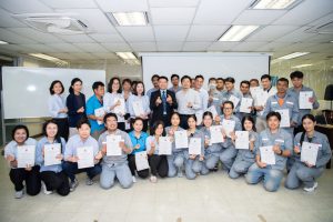หลักสูตรหัวหน้างาน, หลักสูตรพัฒนาหัวหน้างาน, หลักสูตรหัวหน้างานยุคใหม่, การบริหาร, management, หัวหน้างาน, supervisor, การบังคับบัญชาสำหรับหัวหน้างาน, supervisory, บทบาทหัวหน้างาน, บทบาทและหน้าที่หัวหน้างาน, supervisory skill, การแก้ปัญหาและตัดสินใจ, problem solving, problem solving and decision making, การบริหารความขัดแย้ง, conflict, conflict management, การเป็นผู้นำ, leadership, ผู้นำ, leader, โค้ช, coach, การสอนงาน, coaching, การสั่งการ, การสั่งงาน, directing, การมอบหมายงาน, delegation, การควบคุมงาน, controlling, การจูงใจ, การจูงใจผู้ใต้บังคับบัญชา, การจูงใจลูกน้อง, motivation, การประเมินผลการปฏิบัติงาน, performance appraisal, การบริหารทรัพยากรบุคคล, human resource management, งานด้านบุคคล, hr, human resource, การบริหารทรัพยากรมนุษย์, การพัฒนาบุคลากร, แผนการฝึกอบรมประจำปี, training, training road map, การรักษาบุคลากร, engagement, การรักษาคนเก่ง, talent retention, การคิดอย่างเป็นระบบ, systematic thinking, การคิดสร้างสรรค์, creative thinking, การทำงานเป็นทีม, team, teamwork, การสื่อสาร, communication, การประสานงาน, cooperation, การเจรจาต่อรอง, negotiation, การนำเสนอ, present, presentation, presentation skill, presentation technique, การวางแผน, plan, planning, การจัดลำดับความสำคัญของงาน, priority setting, การให้คำปรึกษา, counseling, การเป็นพี่เลี้ยง, พี่เลี้ยง, mentor, mentoring, การสัมภาษณ์พนักงาน, interview, interviewing, ความฉลาดทางอารมณ์, E.Q., e.q., 5ส, การเพิ่มผลผลิต, productivity, การลดต้นทุน, cost, cost reduction, การขาย, sales, การตลาด, marketing, การให้บริการ, service, service mind, การบริหารลูกค้าสัมพันธ์, crm, customer relationship management, การบริหารเชิงกลยุทธ์, strategic management, การวางแผนกลยุทธ์, strategic planning, การกำหนดตัวชี้วัดในการทำงาน, kpi, การบริหารเวลา, time management, โหงวเฮ้ง, kaizen, บริษัท ไอเดียล อินโนเวชั่น จำกัด, ไอเดียลอินโนเวชั่น, วิชิต สุรพนานนท์ชัย, ดร.วิชิต สุรพนานนท์ชัย, บริษัทวางระบบองค์กร, วางระบบองค์กร, วางระบบบริษัท, รับวางระบบบริษัท, บริษัทวางระบบ, การวางระบบบริษัท, บริษัทที่ปรึกษา, บริษัทวางระบบด้านงานบุคคล, ที่ปรึกษา, งานที่ปรึกษา, ที่ปรึกษาด้าน hr, บริษัทที่ปรึกษาด้าน hr, ที่ปรึกษา hr, ปรึกษา hr, ที่ปรึกษางาน hr, ที่ปรึกษาด้านทรัพยากรบุคคล, บริษัท hr consultant, บริษัทที่ปรึกษาด้าน hrd, ที่ปรึกษา hrd, ปรึกษา hrd, ที่ปรึกษางาน hrd, บริษัทที่ปรึกษาธุรกิจ, บริษัทที่ปรึกษาจำกัด, ที่ปรึกษาองค์กร, บริษัทรับวางระบบ, วางระบบด้านงานบุคคล, วางระบบด้านการบริหาร, วางระบบด้าน hr, งานด้าน hr, ผู้เชี่ยวชาญด้าน hr, ที่ปรึกษาด้านการขาย, วางระบบด้านการขาย, ที่ปรึกษาด้านการตลาด, วางระบบด้านการตลาด, ที่ปรึกษาด้านบัญชี, วางระบบด้านบัญชี, ที่ปรึกษาด้านการเงิน, วางระบบด้านการเงิน, ที่ปรึกษาด้านบริการ, วางระบบด้านบริการ