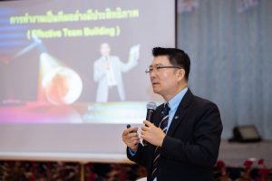 หลักสูตรหัวหน้างาน, หลักสูตรพัฒนาหัวหน้างาน, หลักสูตรหัวหน้างานยุคใหม่, การบริหาร, management, หัวหน้างาน, supervisor, การบังคับบัญชาสำหรับหัวหน้างาน, supervisory, บทบาทหัวหน้างาน, บทบาทและหน้าที่หัวหน้างาน, supervisory skill, การแก้ปัญหาและตัดสินใจ, problem solving, problem solving and decision making, การบริหารความขัดแย้ง, conflict, conflict management, การเป็นผู้นำ, leadership, ผู้นำ, leader, โค้ช, coach, การสอนงาน, coaching, การสั่งการ, การสั่งงาน, directing, การมอบหมายงาน, delegation, การควบคุมงาน, controlling, การจูงใจ, การจูงใจผู้ใต้บังคับบัญชา, การจูงใจลูกน้อง, motivation, การประเมินผลการปฏิบัติงาน, performance appraisal, การบริหารทรัพยากรบุคคล, human resource management, งานด้านบุคคล, hr, human resource, การบริหารทรัพยากรมนุษย์, การพัฒนาบุคลากร, แผนการฝึกอบรมประจำปี, training, training road map, การรักษาบุคลากร, engagement, การรักษาคนเก่ง, talent retention, การคิดอย่างเป็นระบบ, systematic thinking, การคิดสร้างสรรค์, creative thinking, การทำงานเป็นทีม, team, teamwork, การสื่อสาร, communication, การประสานงาน, cooperation, การเจรจาต่อรอง, negotiation, การนำเสนอ, present, presentation, presentation skill, presentation technique, การวางแผน, plan, planning, การจัดลำดับความสำคัญของงาน, priority setting, การให้คำปรึกษา, counseling, การเป็นพี่เลี้ยง, พี่เลี้ยง, mentor, mentoring, การสัมภาษณ์พนักงาน, interview, interviewing, ความฉลาดทางอารมณ์, E.Q., e.q., 5ส, การเพิ่มผลผลิต, productivity, การลดต้นทุน, cost, cost reduction, การขาย, sales, การตลาด, marketing, การให้บริการ, service, service mind, การบริหารลูกค้าสัมพันธ์, crm, customer relationship management, การบริหารเชิงกลยุทธ์, strategic management, การวางแผนกลยุทธ์, strategic planning, การกำหนดตัวชี้วัดในการทำงาน, kpi, การบริหารเวลา, time management, โหงวเฮ้ง, kaizen, บริษัท ไอเดียล อินโนเวชั่น จำกัด, ไอเดียลอินโนเวชั่น, วิชิต สุรพนานนท์ชัย, ดร.วิชิต สุรพนานนท์ชัย, บริษัทวางระบบองค์กร, วางระบบองค์กร, วางระบบบริษัท, รับวางระบบบริษัท, บริษัทวางระบบ, การวางระบบบริษัท, บริษัทที่ปรึกษา, บริษัทวางระบบด้านงานบุคคล, ที่ปรึกษา, งานที่ปรึกษา, ที่ปรึกษาด้าน hr, บริษัทที่ปรึกษาด้าน hr, ที่ปรึกษา hr, ปรึกษา hr, ที่ปรึกษางาน hr, ที่ปรึกษาด้านทรัพยากรบุคคล, บริษัท hr consultant, บริษัทที่ปรึกษาด้าน hrd, ที่ปรึกษา hrd, ปรึกษา hrd, ที่ปรึกษางาน hrd, บริษัทที่ปรึกษาธุรกิจ, บริษัทที่ปรึกษาจำกัด, ที่ปรึกษาองค์กร, บริษัทรับวางระบบ, วางระบบด้านงานบุคคล, วางระบบด้านการบริหาร, วางระบบด้าน hr, งานด้าน hr, ผู้เชี่ยวชาญด้าน hr, ที่ปรึกษาด้านการขาย, วางระบบด้านการขาย, ที่ปรึกษาด้านการตลาด, วางระบบด้านการตลาด, ที่ปรึกษาด้านบัญชี, วางระบบด้านบัญชี, ที่ปรึกษาด้านการเงิน, วางระบบด้านการเงิน, ที่ปรึกษาด้านบริการ, วางระบบด้านบริการ