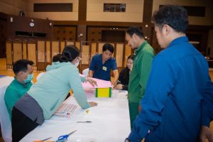 หลักสูตรหัวหน้างาน, หลักสูตรพัฒนาหัวหน้างาน, หลักสูตรหัวหน้างานยุคใหม่, การบริหาร, management, หัวหน้างาน, supervisor, การบังคับบัญชาสำหรับหัวหน้างาน, supervisory, บทบาทหัวหน้างาน, บทบาทและหน้าที่หัวหน้างาน, supervisory skill, การแก้ปัญหาและตัดสินใจ, problem solving, problem solving and decision making, การบริหารความขัดแย้ง, conflict, conflict management, การเป็นผู้นำ, leadership, ผู้นำ, leader, โค้ช, coach, การสอนงาน, coaching, การสั่งการ, การสั่งงาน, directing, การมอบหมายงาน, delegation, การควบคุมงาน, controlling, การจูงใจ, การจูงใจผู้ใต้บังคับบัญชา, การจูงใจลูกน้อง, motivation, การประเมินผลการปฏิบัติงาน, performance appraisal, การบริหารทรัพยากรบุคคล, human resource management, งานด้านบุคคล, hr, human resource, การบริหารทรัพยากรมนุษย์, การพัฒนาบุคลากร, แผนการฝึกอบรมประจำปี, training, training road map, การรักษาบุคลากร, engagement, การรักษาคนเก่ง, talent retention, การคิดอย่างเป็นระบบ, systematic thinking, การคิดสร้างสรรค์, creative thinking, การทำงานเป็นทีม, team, teamwork, การสื่อสาร, communication, การประสานงาน, cooperation, การเจรจาต่อรอง, negotiation, การนำเสนอ, present, presentation, presentation skill, presentation technique, การวางแผน, plan, planning, การจัดลำดับความสำคัญของงาน, priority setting, การให้คำปรึกษา, counseling, การเป็นพี่เลี้ยง, พี่เลี้ยง, mentor, mentoring, การสัมภาษณ์พนักงาน, interview, interviewing, ความฉลาดทางอารมณ์, E.Q., e.q., 5ส, การเพิ่มผลผลิต, productivity, การลดต้นทุน, cost, cost reduction, การขาย, sales, การตลาด, marketing, การให้บริการ, service, service mind, การบริหารลูกค้าสัมพันธ์, crm, customer relationship management, การบริหารเชิงกลยุทธ์, strategic management, การวางแผนกลยุทธ์, strategic planning, การกำหนดตัวชี้วัดในการทำงาน, kpi, การบริหารเวลา, time management, โหงวเฮ้ง, kaizen, บริษัท ไอเดียล อินโนเวชั่น จำกัด, ไอเดียลอินโนเวชั่น, วิชิต สุรพนานนท์ชัย, ดร.วิชิต สุรพนานนท์ชัย, บริษัทวางระบบองค์กร, วางระบบองค์กร, วางระบบบริษัท, รับวางระบบบริษัท, บริษัทวางระบบ, การวางระบบบริษัท, บริษัทที่ปรึกษา, บริษัทวางระบบด้านงานบุคคล, ที่ปรึกษา, งานที่ปรึกษา, ที่ปรึกษาด้าน hr, บริษัทที่ปรึกษาด้าน hr, ที่ปรึกษา hr, ปรึกษา hr, ที่ปรึกษางาน hr, ที่ปรึกษาด้านทรัพยากรบุคคล, บริษัท hr consultant, บริษัทที่ปรึกษาด้าน hrd, ที่ปรึกษา hrd, ปรึกษา hrd, ที่ปรึกษางาน hrd, บริษัทที่ปรึกษาธุรกิจ, บริษัทที่ปรึกษาจำกัด, ที่ปรึกษาองค์กร, บริษัทรับวางระบบ, วางระบบด้านงานบุคคล, วางระบบด้านการบริหาร, วางระบบด้าน hr, งานด้าน hr, ผู้เชี่ยวชาญด้าน hr, ที่ปรึกษาด้านการขาย, วางระบบด้านการขาย, ที่ปรึกษาด้านการตลาด, วางระบบด้านการตลาด, ที่ปรึกษาด้านบัญชี, วางระบบด้านบัญชี, ที่ปรึกษาด้านการเงิน, วางระบบด้านการเงิน, ที่ปรึกษาด้านบริการ, วางระบบด้านบริการ
