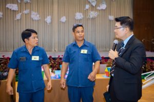 หลักสูตรหัวหน้างาน, หลักสูตรพัฒนาหัวหน้างาน, หลักสูตรหัวหน้างานยุคใหม่, การบริหาร, management, หัวหน้างาน, supervisor, การบังคับบัญชาสำหรับหัวหน้างาน, supervisory, บทบาทหัวหน้างาน, บทบาทและหน้าที่หัวหน้างาน, supervisory skill, การแก้ปัญหาและตัดสินใจ, problem solving, problem solving and decision making, การบริหารความขัดแย้ง, conflict, conflict management, การเป็นผู้นำ, leadership, ผู้นำ, leader, โค้ช, coach, การสอนงาน, coaching, การสั่งการ, การสั่งงาน, directing, การมอบหมายงาน, delegation, การควบคุมงาน, controlling, การจูงใจ, การจูงใจผู้ใต้บังคับบัญชา, การจูงใจลูกน้อง, motivation, การประเมินผลการปฏิบัติงาน, performance appraisal, การบริหารทรัพยากรบุคคล, human resource management, งานด้านบุคคล, hr, human resource, การบริหารทรัพยากรมนุษย์, การพัฒนาบุคลากร, แผนการฝึกอบรมประจำปี, training, training road map, การรักษาบุคลากร, engagement, การรักษาคนเก่ง, talent retention, การคิดอย่างเป็นระบบ, systematic thinking, การคิดสร้างสรรค์, creative thinking, การทำงานเป็นทีม, team, teamwork, การสื่อสาร, communication, การประสานงาน, cooperation, การเจรจาต่อรอง, negotiation, การนำเสนอ, present, presentation, presentation skill, presentation technique, การวางแผน, plan, planning, การจัดลำดับความสำคัญของงาน, priority setting, การให้คำปรึกษา, counseling, การเป็นพี่เลี้ยง, พี่เลี้ยง, mentor, mentoring, การสัมภาษณ์พนักงาน, interview, interviewing, ความฉลาดทางอารมณ์, E.Q., e.q., 5ส, การเพิ่มผลผลิต, productivity, การลดต้นทุน, cost, cost reduction, การขาย, sales, การตลาด, marketing, การให้บริการ, service, service mind, การบริหารลูกค้าสัมพันธ์, crm, customer relationship management, การบริหารเชิงกลยุทธ์, strategic management, การวางแผนกลยุทธ์, strategic planning, การกำหนดตัวชี้วัดในการทำงาน, kpi, การบริหารเวลา, time management, โหงวเฮ้ง, kaizen, บริษัท ไอเดียล อินโนเวชั่น จำกัด, ไอเดียลอินโนเวชั่น, วิชิต สุรพนานนท์ชัย, ดร.วิชิต สุรพนานนท์ชัย, บริษัทวางระบบองค์กร, วางระบบองค์กร, วางระบบบริษัท, รับวางระบบบริษัท, บริษัทวางระบบ, การวางระบบบริษัท, บริษัทที่ปรึกษา, บริษัทวางระบบด้านงานบุคคล, ที่ปรึกษา, งานที่ปรึกษา, ที่ปรึกษาด้าน hr, บริษัทที่ปรึกษาด้าน hr, ที่ปรึกษา hr, ปรึกษา hr, ที่ปรึกษางาน hr, ที่ปรึกษาด้านทรัพยากรบุคคล, บริษัท hr consultant, บริษัทที่ปรึกษาด้าน hrd, ที่ปรึกษา hrd, ปรึกษา hrd, ที่ปรึกษางาน hrd, บริษัทที่ปรึกษาธุรกิจ, บริษัทที่ปรึกษาจำกัด, ที่ปรึกษาองค์กร, บริษัทรับวางระบบ, วางระบบด้านงานบุคคล, วางระบบด้านการบริหาร, วางระบบด้าน hr, งานด้าน hr, ผู้เชี่ยวชาญด้าน hr, ที่ปรึกษาด้านการขาย, วางระบบด้านการขาย, ที่ปรึกษาด้านการตลาด, วางระบบด้านการตลาด, ที่ปรึกษาด้านบัญชี, วางระบบด้านบัญชี, ที่ปรึกษาด้านการเงิน, วางระบบด้านการเงิน, ที่ปรึกษาด้านบริการ, วางระบบด้านบริการ