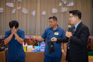 หลักสูตรหัวหน้างาน, หลักสูตรพัฒนาหัวหน้างาน, หลักสูตรหัวหน้างานยุคใหม่, การบริหาร, management, หัวหน้างาน, supervisor, การบังคับบัญชาสำหรับหัวหน้างาน, supervisory, บทบาทหัวหน้างาน, บทบาทและหน้าที่หัวหน้างาน, supervisory skill, การแก้ปัญหาและตัดสินใจ, problem solving, problem solving and decision making, การบริหารความขัดแย้ง, conflict, conflict management, การเป็นผู้นำ, leadership, ผู้นำ, leader, โค้ช, coach, การสอนงาน, coaching, การสั่งการ, การสั่งงาน, directing, การมอบหมายงาน, delegation, การควบคุมงาน, controlling, การจูงใจ, การจูงใจผู้ใต้บังคับบัญชา, การจูงใจลูกน้อง, motivation, การประเมินผลการปฏิบัติงาน, performance appraisal, การบริหารทรัพยากรบุคคล, human resource management, งานด้านบุคคล, hr, human resource, การบริหารทรัพยากรมนุษย์, การพัฒนาบุคลากร, แผนการฝึกอบรมประจำปี, training, training road map, การรักษาบุคลากร, engagement, การรักษาคนเก่ง, talent retention, การคิดอย่างเป็นระบบ, systematic thinking, การคิดสร้างสรรค์, creative thinking, การทำงานเป็นทีม, team, teamwork, การสื่อสาร, communication, การประสานงาน, cooperation, การเจรจาต่อรอง, negotiation, การนำเสนอ, present, presentation, presentation skill, presentation technique, การวางแผน, plan, planning, การจัดลำดับความสำคัญของงาน, priority setting, การให้คำปรึกษา, counseling, การเป็นพี่เลี้ยง, พี่เลี้ยง, mentor, mentoring, การสัมภาษณ์พนักงาน, interview, interviewing, ความฉลาดทางอารมณ์, E.Q., e.q., 5ส, การเพิ่มผลผลิต, productivity, การลดต้นทุน, cost, cost reduction, การขาย, sales, การตลาด, marketing, การให้บริการ, service, service mind, การบริหารลูกค้าสัมพันธ์, crm, customer relationship management, การบริหารเชิงกลยุทธ์, strategic management, การวางแผนกลยุทธ์, strategic planning, การกำหนดตัวชี้วัดในการทำงาน, kpi, การบริหารเวลา, time management, โหงวเฮ้ง, kaizen, บริษัท ไอเดียล อินโนเวชั่น จำกัด, ไอเดียลอินโนเวชั่น, วิชิต สุรพนานนท์ชัย, ดร.วิชิต สุรพนานนท์ชัย, บริษัทวางระบบองค์กร, วางระบบองค์กร, วางระบบบริษัท, รับวางระบบบริษัท, บริษัทวางระบบ, การวางระบบบริษัท, บริษัทที่ปรึกษา, บริษัทวางระบบด้านงานบุคคล, ที่ปรึกษา, งานที่ปรึกษา, ที่ปรึกษาด้าน hr, บริษัทที่ปรึกษาด้าน hr, ที่ปรึกษา hr, ปรึกษา hr, ที่ปรึกษางาน hr, ที่ปรึกษาด้านทรัพยากรบุคคล, บริษัท hr consultant, บริษัทที่ปรึกษาด้าน hrd, ที่ปรึกษา hrd, ปรึกษา hrd, ที่ปรึกษางาน hrd, บริษัทที่ปรึกษาธุรกิจ, บริษัทที่ปรึกษาจำกัด, ที่ปรึกษาองค์กร, บริษัทรับวางระบบ, วางระบบด้านงานบุคคล, วางระบบด้านการบริหาร, วางระบบด้าน hr, งานด้าน hr, ผู้เชี่ยวชาญด้าน hr, ที่ปรึกษาด้านการขาย, วางระบบด้านการขาย, ที่ปรึกษาด้านการตลาด, วางระบบด้านการตลาด, ที่ปรึกษาด้านบัญชี, วางระบบด้านบัญชี, ที่ปรึกษาด้านการเงิน, วางระบบด้านการเงิน, ที่ปรึกษาด้านบริการ, วางระบบด้านบริการ