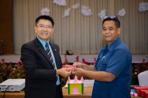 หลักสูตรหัวหน้างาน, หลักสูตรพัฒนาหัวหน้างาน, หลักสูตรหัวหน้างานยุคใหม่, การบริหาร, management, หัวหน้างาน, supervisor, การบังคับบัญชาสำหรับหัวหน้างาน, supervisory, บทบาทหัวหน้างาน, บทบาทและหน้าที่หัวหน้างาน, supervisory skill, การแก้ปัญหาและตัดสินใจ, problem solving, problem solving and decision making, การบริหารความขัดแย้ง, conflict, conflict management, การเป็นผู้นำ, leadership, ผู้นำ, leader, โค้ช, coach, การสอนงาน, coaching, การสั่งการ, การสั่งงาน, directing, การมอบหมายงาน, delegation, การควบคุมงาน, controlling, การจูงใจ, การจูงใจผู้ใต้บังคับบัญชา, การจูงใจลูกน้อง, motivation, การประเมินผลการปฏิบัติงาน, performance appraisal, การบริหารทรัพยากรบุคคล, human resource management, งานด้านบุคคล, hr, human resource, การบริหารทรัพยากรมนุษย์, การพัฒนาบุคลากร, แผนการฝึกอบรมประจำปี, training, training road map, การรักษาบุคลากร, engagement, การรักษาคนเก่ง, talent retention, การคิดอย่างเป็นระบบ, systematic thinking, การคิดสร้างสรรค์, creative thinking, การทำงานเป็นทีม, team, teamwork, การสื่อสาร, communication, การประสานงาน, cooperation, การเจรจาต่อรอง, negotiation, การนำเสนอ, present, presentation, presentation skill, presentation technique, การวางแผน, plan, planning, การจัดลำดับความสำคัญของงาน, priority setting, การให้คำปรึกษา, counseling, การเป็นพี่เลี้ยง, พี่เลี้ยง, mentor, mentoring, การสัมภาษณ์พนักงาน, interview, interviewing, ความฉลาดทางอารมณ์, E.Q., e.q., 5ส, การเพิ่มผลผลิต, productivity, การลดต้นทุน, cost, cost reduction, การขาย, sales, การตลาด, marketing, การให้บริการ, service, service mind, การบริหารลูกค้าสัมพันธ์, crm, customer relationship management, การบริหารเชิงกลยุทธ์, strategic management, การวางแผนกลยุทธ์, strategic planning, การกำหนดตัวชี้วัดในการทำงาน, kpi, การบริหารเวลา, time management, โหงวเฮ้ง, kaizen, บริษัท ไอเดียล อินโนเวชั่น จำกัด, ไอเดียลอินโนเวชั่น, วิชิต สุรพนานนท์ชัย, ดร.วิชิต สุรพนานนท์ชัย, บริษัทวางระบบองค์กร, วางระบบองค์กร, วางระบบบริษัท, รับวางระบบบริษัท, บริษัทวางระบบ, การวางระบบบริษัท, บริษัทที่ปรึกษา, บริษัทวางระบบด้านงานบุคคล, ที่ปรึกษา, งานที่ปรึกษา, ที่ปรึกษาด้าน hr, บริษัทที่ปรึกษาด้าน hr, ที่ปรึกษา hr, ปรึกษา hr, ที่ปรึกษางาน hr, ที่ปรึกษาด้านทรัพยากรบุคคล, บริษัท hr consultant, บริษัทที่ปรึกษาด้าน hrd, ที่ปรึกษา hrd, ปรึกษา hrd, ที่ปรึกษางาน hrd, บริษัทที่ปรึกษาธุรกิจ, บริษัทที่ปรึกษาจำกัด, ที่ปรึกษาองค์กร, บริษัทรับวางระบบ, วางระบบด้านงานบุคคล, วางระบบด้านการบริหาร, วางระบบด้าน hr, งานด้าน hr, ผู้เชี่ยวชาญด้าน hr, ที่ปรึกษาด้านการขาย, วางระบบด้านการขาย, ที่ปรึกษาด้านการตลาด, วางระบบด้านการตลาด, ที่ปรึกษาด้านบัญชี, วางระบบด้านบัญชี, ที่ปรึกษาด้านการเงิน, วางระบบด้านการเงิน, ที่ปรึกษาด้านบริการ, วางระบบด้านบริการ