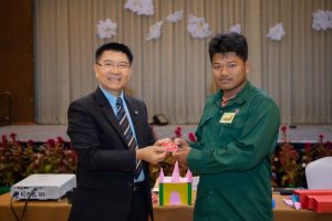หลักสูตรหัวหน้างาน, หลักสูตรพัฒนาหัวหน้างาน, หลักสูตรหัวหน้างานยุคใหม่, การบริหาร, management, หัวหน้างาน, supervisor, การบังคับบัญชาสำหรับหัวหน้างาน, supervisory, บทบาทหัวหน้างาน, บทบาทและหน้าที่หัวหน้างาน, supervisory skill, การแก้ปัญหาและตัดสินใจ, problem solving, problem solving and decision making, การบริหารความขัดแย้ง, conflict, conflict management, การเป็นผู้นำ, leadership, ผู้นำ, leader, โค้ช, coach, การสอนงาน, coaching, การสั่งการ, การสั่งงาน, directing, การมอบหมายงาน, delegation, การควบคุมงาน, controlling, การจูงใจ, การจูงใจผู้ใต้บังคับบัญชา, การจูงใจลูกน้อง, motivation, การประเมินผลการปฏิบัติงาน, performance appraisal, การบริหารทรัพยากรบุคคล, human resource management, งานด้านบุคคล, hr, human resource, การบริหารทรัพยากรมนุษย์, การพัฒนาบุคลากร, แผนการฝึกอบรมประจำปี, training, training road map, การรักษาบุคลากร, engagement, การรักษาคนเก่ง, talent retention, การคิดอย่างเป็นระบบ, systematic thinking, การคิดสร้างสรรค์, creative thinking, การทำงานเป็นทีม, team, teamwork, การสื่อสาร, communication, การประสานงาน, cooperation, การเจรจาต่อรอง, negotiation, การนำเสนอ, present, presentation, presentation skill, presentation technique, การวางแผน, plan, planning, การจัดลำดับความสำคัญของงาน, priority setting, การให้คำปรึกษา, counseling, การเป็นพี่เลี้ยง, พี่เลี้ยง, mentor, mentoring, การสัมภาษณ์พนักงาน, interview, interviewing, ความฉลาดทางอารมณ์, E.Q., e.q., 5ส, การเพิ่มผลผลิต, productivity, การลดต้นทุน, cost, cost reduction, การขาย, sales, การตลาด, marketing, การให้บริการ, service, service mind, การบริหารลูกค้าสัมพันธ์, crm, customer relationship management, การบริหารเชิงกลยุทธ์, strategic management, การวางแผนกลยุทธ์, strategic planning, การกำหนดตัวชี้วัดในการทำงาน, kpi, การบริหารเวลา, time management, โหงวเฮ้ง, kaizen, บริษัท ไอเดียล อินโนเวชั่น จำกัด, ไอเดียลอินโนเวชั่น, วิชิต สุรพนานนท์ชัย, ดร.วิชิต สุรพนานนท์ชัย, บริษัทวางระบบองค์กร, วางระบบองค์กร, วางระบบบริษัท, รับวางระบบบริษัท, บริษัทวางระบบ, การวางระบบบริษัท, บริษัทที่ปรึกษา, บริษัทวางระบบด้านงานบุคคล, ที่ปรึกษา, งานที่ปรึกษา, ที่ปรึกษาด้าน hr, บริษัทที่ปรึกษาด้าน hr, ที่ปรึกษา hr, ปรึกษา hr, ที่ปรึกษางาน hr, ที่ปรึกษาด้านทรัพยากรบุคคล, บริษัท hr consultant, บริษัทที่ปรึกษาด้าน hrd, ที่ปรึกษา hrd, ปรึกษา hrd, ที่ปรึกษางาน hrd, บริษัทที่ปรึกษาธุรกิจ, บริษัทที่ปรึกษาจำกัด, ที่ปรึกษาองค์กร, บริษัทรับวางระบบ, วางระบบด้านงานบุคคล, วางระบบด้านการบริหาร, วางระบบด้าน hr, งานด้าน hr, ผู้เชี่ยวชาญด้าน hr, ที่ปรึกษาด้านการขาย, วางระบบด้านการขาย, ที่ปรึกษาด้านการตลาด, วางระบบด้านการตลาด, ที่ปรึกษาด้านบัญชี, วางระบบด้านบัญชี, ที่ปรึกษาด้านการเงิน, วางระบบด้านการเงิน, ที่ปรึกษาด้านบริการ, วางระบบด้านบริการ