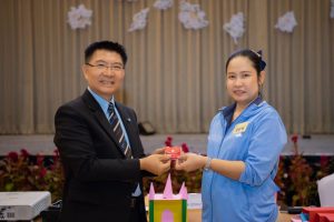 หลักสูตรหัวหน้างาน, หลักสูตรพัฒนาหัวหน้างาน, หลักสูตรหัวหน้างานยุคใหม่, การบริหาร, management, หัวหน้างาน, supervisor, การบังคับบัญชาสำหรับหัวหน้างาน, supervisory, บทบาทหัวหน้างาน, บทบาทและหน้าที่หัวหน้างาน, supervisory skill, การแก้ปัญหาและตัดสินใจ, problem solving, problem solving and decision making, การบริหารความขัดแย้ง, conflict, conflict management, การเป็นผู้นำ, leadership, ผู้นำ, leader, โค้ช, coach, การสอนงาน, coaching, การสั่งการ, การสั่งงาน, directing, การมอบหมายงาน, delegation, การควบคุมงาน, controlling, การจูงใจ, การจูงใจผู้ใต้บังคับบัญชา, การจูงใจลูกน้อง, motivation, การประเมินผลการปฏิบัติงาน, performance appraisal, การบริหารทรัพยากรบุคคล, human resource management, งานด้านบุคคล, hr, human resource, การบริหารทรัพยากรมนุษย์, การพัฒนาบุคลากร, แผนการฝึกอบรมประจำปี, training, training road map, การรักษาบุคลากร, engagement, การรักษาคนเก่ง, talent retention, การคิดอย่างเป็นระบบ, systematic thinking, การคิดสร้างสรรค์, creative thinking, การทำงานเป็นทีม, team, teamwork, การสื่อสาร, communication, การประสานงาน, cooperation, การเจรจาต่อรอง, negotiation, การนำเสนอ, present, presentation, presentation skill, presentation technique, การวางแผน, plan, planning, การจัดลำดับความสำคัญของงาน, priority setting, การให้คำปรึกษา, counseling, การเป็นพี่เลี้ยง, พี่เลี้ยง, mentor, mentoring, การสัมภาษณ์พนักงาน, interview, interviewing, ความฉลาดทางอารมณ์, E.Q., e.q., 5ส, การเพิ่มผลผลิต, productivity, การลดต้นทุน, cost, cost reduction, การขาย, sales, การตลาด, marketing, การให้บริการ, service, service mind, การบริหารลูกค้าสัมพันธ์, crm, customer relationship management, การบริหารเชิงกลยุทธ์, strategic management, การวางแผนกลยุทธ์, strategic planning, การกำหนดตัวชี้วัดในการทำงาน, kpi, การบริหารเวลา, time management, โหงวเฮ้ง, kaizen, บริษัท ไอเดียล อินโนเวชั่น จำกัด, ไอเดียลอินโนเวชั่น, วิชิต สุรพนานนท์ชัย, ดร.วิชิต สุรพนานนท์ชัย, บริษัทวางระบบองค์กร, วางระบบองค์กร, วางระบบบริษัท, รับวางระบบบริษัท, บริษัทวางระบบ, การวางระบบบริษัท, บริษัทที่ปรึกษา, บริษัทวางระบบด้านงานบุคคล, ที่ปรึกษา, งานที่ปรึกษา, ที่ปรึกษาด้าน hr, บริษัทที่ปรึกษาด้าน hr, ที่ปรึกษา hr, ปรึกษา hr, ที่ปรึกษางาน hr, ที่ปรึกษาด้านทรัพยากรบุคคล, บริษัท hr consultant, บริษัทที่ปรึกษาด้าน hrd, ที่ปรึกษา hrd, ปรึกษา hrd, ที่ปรึกษางาน hrd, บริษัทที่ปรึกษาธุรกิจ, บริษัทที่ปรึกษาจำกัด, ที่ปรึกษาองค์กร, บริษัทรับวางระบบ, วางระบบด้านงานบุคคล, วางระบบด้านการบริหาร, วางระบบด้าน hr, งานด้าน hr, ผู้เชี่ยวชาญด้าน hr, ที่ปรึกษาด้านการขาย, วางระบบด้านการขาย, ที่ปรึกษาด้านการตลาด, วางระบบด้านการตลาด, ที่ปรึกษาด้านบัญชี, วางระบบด้านบัญชี, ที่ปรึกษาด้านการเงิน, วางระบบด้านการเงิน, ที่ปรึกษาด้านบริการ, วางระบบด้านบริการ