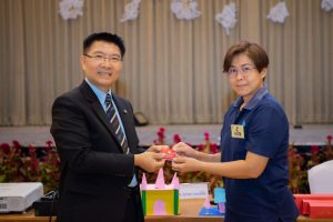 หลักสูตรหัวหน้างาน, หลักสูตรพัฒนาหัวหน้างาน, หลักสูตรหัวหน้างานยุคใหม่, การบริหาร, management, หัวหน้างาน, supervisor, การบังคับบัญชาสำหรับหัวหน้างาน, supervisory, บทบาทหัวหน้างาน, บทบาทและหน้าที่หัวหน้างาน, supervisory skill, การแก้ปัญหาและตัดสินใจ, problem solving, problem solving and decision making, การบริหารความขัดแย้ง, conflict, conflict management, การเป็นผู้นำ, leadership, ผู้นำ, leader, โค้ช, coach, การสอนงาน, coaching, การสั่งการ, การสั่งงาน, directing, การมอบหมายงาน, delegation, การควบคุมงาน, controlling, การจูงใจ, การจูงใจผู้ใต้บังคับบัญชา, การจูงใจลูกน้อง, motivation, การประเมินผลการปฏิบัติงาน, performance appraisal, การบริหารทรัพยากรบุคคล, human resource management, งานด้านบุคคล, hr, human resource, การบริหารทรัพยากรมนุษย์, การพัฒนาบุคลากร, แผนการฝึกอบรมประจำปี, training, training road map, การรักษาบุคลากร, engagement, การรักษาคนเก่ง, talent retention, การคิดอย่างเป็นระบบ, systematic thinking, การคิดสร้างสรรค์, creative thinking, การทำงานเป็นทีม, team, teamwork, การสื่อสาร, communication, การประสานงาน, cooperation, การเจรจาต่อรอง, negotiation, การนำเสนอ, present, presentation, presentation skill, presentation technique, การวางแผน, plan, planning, การจัดลำดับความสำคัญของงาน, priority setting, การให้คำปรึกษา, counseling, การเป็นพี่เลี้ยง, พี่เลี้ยง, mentor, mentoring, การสัมภาษณ์พนักงาน, interview, interviewing, ความฉลาดทางอารมณ์, E.Q., e.q., 5ส, การเพิ่มผลผลิต, productivity, การลดต้นทุน, cost, cost reduction, การขาย, sales, การตลาด, marketing, การให้บริการ, service, service mind, การบริหารลูกค้าสัมพันธ์, crm, customer relationship management, การบริหารเชิงกลยุทธ์, strategic management, การวางแผนกลยุทธ์, strategic planning, การกำหนดตัวชี้วัดในการทำงาน, kpi, การบริหารเวลา, time management, โหงวเฮ้ง, kaizen, บริษัท ไอเดียล อินโนเวชั่น จำกัด, ไอเดียลอินโนเวชั่น, วิชิต สุรพนานนท์ชัย, ดร.วิชิต สุรพนานนท์ชัย, บริษัทวางระบบองค์กร, วางระบบองค์กร, วางระบบบริษัท, รับวางระบบบริษัท, บริษัทวางระบบ, การวางระบบบริษัท, บริษัทที่ปรึกษา, บริษัทวางระบบด้านงานบุคคล, ที่ปรึกษา, งานที่ปรึกษา, ที่ปรึกษาด้าน hr, บริษัทที่ปรึกษาด้าน hr, ที่ปรึกษา hr, ปรึกษา hr, ที่ปรึกษางาน hr, ที่ปรึกษาด้านทรัพยากรบุคคล, บริษัท hr consultant, บริษัทที่ปรึกษาด้าน hrd, ที่ปรึกษา hrd, ปรึกษา hrd, ที่ปรึกษางาน hrd, บริษัทที่ปรึกษาธุรกิจ, บริษัทที่ปรึกษาจำกัด, ที่ปรึกษาองค์กร, บริษัทรับวางระบบ, วางระบบด้านงานบุคคล, วางระบบด้านการบริหาร, วางระบบด้าน hr, งานด้าน hr, ผู้เชี่ยวชาญด้าน hr, ที่ปรึกษาด้านการขาย, วางระบบด้านการขาย, ที่ปรึกษาด้านการตลาด, วางระบบด้านการตลาด, ที่ปรึกษาด้านบัญชี, วางระบบด้านบัญชี, ที่ปรึกษาด้านการเงิน, วางระบบด้านการเงิน, ที่ปรึกษาด้านบริการ, วางระบบด้านบริการ