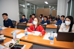 หลักสูตรหัวหน้างาน, หลักสูตรพัฒนาหัวหน้างาน, หลักสูตรหัวหน้างานยุคใหม่, การบริหาร, management, หัวหน้างาน, supervisor, การบังคับบัญชาสำหรับหัวหน้างาน, supervisory, บทบาทหัวหน้างาน, บทบาทและหน้าที่หัวหน้างาน, supervisory skill, การแก้ปัญหาและตัดสินใจ, problem solving, problem solving and decision making, การบริหารความขัดแย้ง, conflict, conflict management, การเป็นผู้นำ, leadership, ผู้นำ, leader, โค้ช, coach, การสอนงาน, coaching, การสั่งการ, การสั่งงาน, directing, การมอบหมายงาน, delegation, การควบคุมงาน, controlling, การจูงใจ, การจูงใจผู้ใต้บังคับบัญชา, การจูงใจลูกน้อง, motivation, การประเมินผลการปฏิบัติงาน, performance appraisal, การบริหารทรัพยากรบุคคล, human resource management, งานด้านบุคคล, hr, human resource, การบริหารทรัพยากรมนุษย์, การพัฒนาบุคลากร, แผนการฝึกอบรมประจำปี, training, training road map, การรักษาบุคลากร, engagement, การรักษาคนเก่ง, talent retention, การคิดอย่างเป็นระบบ, systematic thinking, การคิดสร้างสรรค์, creative thinking, การทำงานเป็นทีม, team, teamwork, การสื่อสาร, communication, การประสานงาน, cooperation, การเจรจาต่อรอง, negotiation, การนำเสนอ, present, presentation, presentation skill, presentation technique, การวางแผน, plan, planning, การจัดลำดับความสำคัญของงาน, priority setting, การให้คำปรึกษา, counseling, การเป็นพี่เลี้ยง, พี่เลี้ยง, mentor, mentoring, การสัมภาษณ์พนักงาน, interview, interviewing, ความฉลาดทางอารมณ์, E.Q., e.q., 5ส, การเพิ่มผลผลิต, productivity, การลดต้นทุน, cost, cost reduction, การขาย, sales, การตลาด, marketing, การให้บริการ, service, service mind, การบริหารลูกค้าสัมพันธ์, crm, customer relationship management, การบริหารเชิงกลยุทธ์, strategic management, การวางแผนกลยุทธ์, strategic planning, การกำหนดตัวชี้วัดในการทำงาน, kpi, การบริหารเวลา, time management, โหงวเฮ้ง, kaizen, บริษัท ไอเดียล อินโนเวชั่น จำกัด, ไอเดียลอินโนเวชั่น, วิชิต สุรพนานนท์ชัย, ดร.วิชิต สุรพนานนท์ชัย, บริษัทวางระบบองค์กร, วางระบบองค์กร, วางระบบบริษัท, รับวางระบบบริษัท, บริษัทวางระบบ, การวางระบบบริษัท, บริษัทที่ปรึกษา, บริษัทวางระบบด้านงานบุคคล, ที่ปรึกษา, งานที่ปรึกษา, ที่ปรึกษาด้าน hr, บริษัทที่ปรึกษาด้าน hr, ที่ปรึกษา hr, ปรึกษา hr, ที่ปรึกษางาน hr, ที่ปรึกษาด้านทรัพยากรบุคคล, บริษัท hr consultant, บริษัทที่ปรึกษาด้าน hrd, ที่ปรึกษา hrd, ปรึกษา hrd, ที่ปรึกษางาน hrd, บริษัทที่ปรึกษาธุรกิจ, บริษัทที่ปรึกษาจำกัด, ที่ปรึกษาองค์กร, บริษัทรับวางระบบ, วางระบบด้านงานบุคคล, วางระบบด้านการบริหาร, วางระบบด้าน hr, งานด้าน hr, ผู้เชี่ยวชาญด้าน hr, ที่ปรึกษาด้านการขาย, วางระบบด้านการขาย, ที่ปรึกษาด้านการตลาด, วางระบบด้านการตลาด, ที่ปรึกษาด้านบัญชี, วางระบบด้านบัญชี, ที่ปรึกษาด้านการเงิน, วางระบบด้านการเงิน, ที่ปรึกษาด้านบริการ, วางระบบด้านบริการ