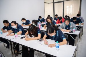 หลักสูตรหัวหน้างาน, หลักสูตรพัฒนาหัวหน้างาน, หลักสูตรหัวหน้างานยุคใหม่, การบริหาร, management, หัวหน้างาน, supervisor, การบังคับบัญชาสำหรับหัวหน้างาน, supervisory, บทบาทหัวหน้างาน, บทบาทและหน้าที่หัวหน้างาน, supervisory skill, การแก้ปัญหาและตัดสินใจ, problem solving, problem solving and decision making, การบริหารความขัดแย้ง, conflict, conflict management, การเป็นผู้นำ, leadership, ผู้นำ, leader, โค้ช, coach, การสอนงาน, coaching, การสั่งการ, การสั่งงาน, directing, การมอบหมายงาน, delegation, การควบคุมงาน, controlling, การจูงใจ, การจูงใจผู้ใต้บังคับบัญชา, การจูงใจลูกน้อง, motivation, การประเมินผลการปฏิบัติงาน, performance appraisal, การบริหารทรัพยากรบุคคล, human resource management, งานด้านบุคคล, hr, human resource, การบริหารทรัพยากรมนุษย์, การพัฒนาบุคลากร, แผนการฝึกอบรมประจำปี, training, training road map, การรักษาบุคลากร, engagement, การรักษาคนเก่ง, talent retention, การคิดอย่างเป็นระบบ, systematic thinking, การคิดสร้างสรรค์, creative thinking, การทำงานเป็นทีม, team, teamwork, การสื่อสาร, communication, การประสานงาน, cooperation, การเจรจาต่อรอง, negotiation, การนำเสนอ, present, presentation, presentation skill, presentation technique, การวางแผน, plan, planning, การจัดลำดับความสำคัญของงาน, priority setting, การให้คำปรึกษา, counseling, การเป็นพี่เลี้ยง, พี่เลี้ยง, mentor, mentoring, การสัมภาษณ์พนักงาน, interview, interviewing, ความฉลาดทางอารมณ์, E.Q., e.q., 5ส, การเพิ่มผลผลิต, productivity, การลดต้นทุน, cost, cost reduction, การขาย, sales, การตลาด, marketing, การให้บริการ, service, service mind, การบริหารลูกค้าสัมพันธ์, crm, customer relationship management, การบริหารเชิงกลยุทธ์, strategic management, การวางแผนกลยุทธ์, strategic planning, การกำหนดตัวชี้วัดในการทำงาน, kpi, การบริหารเวลา, time management, โหงวเฮ้ง, kaizen, บริษัท ไอเดียล อินโนเวชั่น จำกัด, ไอเดียลอินโนเวชั่น, วิชิต สุรพนานนท์ชัย, ดร.วิชิต สุรพนานนท์ชัย, บริษัทวางระบบองค์กร, วางระบบองค์กร, วางระบบบริษัท, รับวางระบบบริษัท, บริษัทวางระบบ, การวางระบบบริษัท, บริษัทที่ปรึกษา, บริษัทวางระบบด้านงานบุคคล, ที่ปรึกษา, งานที่ปรึกษา, ที่ปรึกษาด้าน hr, บริษัทที่ปรึกษาด้าน hr, ที่ปรึกษา hr, ปรึกษา hr, ที่ปรึกษางาน hr, ที่ปรึกษาด้านทรัพยากรบุคคล, บริษัท hr consultant, บริษัทที่ปรึกษาด้าน hrd, ที่ปรึกษา hrd, ปรึกษา hrd, ที่ปรึกษางาน hrd, บริษัทที่ปรึกษาธุรกิจ, บริษัทที่ปรึกษาจำกัด, ที่ปรึกษาองค์กร, บริษัทรับวางระบบ, วางระบบด้านงานบุคคล, วางระบบด้านการบริหาร, วางระบบด้าน hr, งานด้าน hr, ผู้เชี่ยวชาญด้าน hr, ที่ปรึกษาด้านการขาย, วางระบบด้านการขาย, ที่ปรึกษาด้านการตลาด, วางระบบด้านการตลาด, ที่ปรึกษาด้านบัญชี, วางระบบด้านบัญชี, ที่ปรึกษาด้านการเงิน, วางระบบด้านการเงิน, ที่ปรึกษาด้านบริการ, วางระบบด้านบริการ