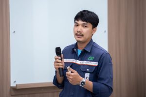 หลักสูตรหัวหน้างาน, หลักสูตรพัฒนาหัวหน้างาน, หลักสูตรหัวหน้างานยุคใหม่, การบริหาร, management, หัวหน้างาน, supervisor, การบังคับบัญชาสำหรับหัวหน้างาน, supervisory, บทบาทหัวหน้างาน, บทบาทและหน้าที่หัวหน้างาน, supervisory skill, การแก้ปัญหาและตัดสินใจ, problem solving, problem solving and decision making, การบริหารความขัดแย้ง, conflict, conflict management, การเป็นผู้นำ, leadership, ผู้นำ, leader, โค้ช, coach, การสอนงาน, coaching, การสั่งการ, การสั่งงาน, directing, การมอบหมายงาน, delegation, การควบคุมงาน, controlling, การจูงใจ, การจูงใจผู้ใต้บังคับบัญชา, การจูงใจลูกน้อง, motivation, การประเมินผลการปฏิบัติงาน, performance appraisal, การบริหารทรัพยากรบุคคล, human resource management, งานด้านบุคคล, hr, human resource, การบริหารทรัพยากรมนุษย์, การพัฒนาบุคลากร, แผนการฝึกอบรมประจำปี, training, training road map, การรักษาบุคลากร, engagement, การรักษาคนเก่ง, talent retention, การคิดอย่างเป็นระบบ, systematic thinking, การคิดสร้างสรรค์, creative thinking, การทำงานเป็นทีม, team, teamwork, การสื่อสาร, communication, การประสานงาน, cooperation, การเจรจาต่อรอง, negotiation, การนำเสนอ, present, presentation, presentation skill, presentation technique, การวางแผน, plan, planning, การจัดลำดับความสำคัญของงาน, priority setting, การให้คำปรึกษา, counseling, การเป็นพี่เลี้ยง, พี่เลี้ยง, mentor, mentoring, การสัมภาษณ์พนักงาน, interview, interviewing, ความฉลาดทางอารมณ์, E.Q., e.q., 5ส, การเพิ่มผลผลิต, productivity, การลดต้นทุน, cost, cost reduction, การขาย, sales, การตลาด, marketing, การให้บริการ, service, service mind, การบริหารลูกค้าสัมพันธ์, crm, customer relationship management, การบริหารเชิงกลยุทธ์, strategic management, การวางแผนกลยุทธ์, strategic planning, การกำหนดตัวชี้วัดในการทำงาน, kpi, การบริหารเวลา, time management, โหงวเฮ้ง, kaizen, บริษัท ไอเดียล อินโนเวชั่น จำกัด, ไอเดียลอินโนเวชั่น, วิชิต สุรพนานนท์ชัย, ดร.วิชิต สุรพนานนท์ชัย, บริษัทวางระบบองค์กร, วางระบบองค์กร, วางระบบบริษัท, รับวางระบบบริษัท, บริษัทวางระบบ, การวางระบบบริษัท, บริษัทที่ปรึกษา, บริษัทวางระบบด้านงานบุคคล, ที่ปรึกษา, งานที่ปรึกษา, ที่ปรึกษาด้าน hr, บริษัทที่ปรึกษาด้าน hr, ที่ปรึกษา hr, ปรึกษา hr, ที่ปรึกษางาน hr, ที่ปรึกษาด้านทรัพยากรบุคคล, บริษัท hr consultant, บริษัทที่ปรึกษาด้าน hrd, ที่ปรึกษา hrd, ปรึกษา hrd, ที่ปรึกษางาน hrd, บริษัทที่ปรึกษาธุรกิจ, บริษัทที่ปรึกษาจำกัด, ที่ปรึกษาองค์กร, บริษัทรับวางระบบ, วางระบบด้านงานบุคคล, วางระบบด้านการบริหาร, วางระบบด้าน hr, งานด้าน hr, ผู้เชี่ยวชาญด้าน hr, ที่ปรึกษาด้านการขาย, วางระบบด้านการขาย, ที่ปรึกษาด้านการตลาด, วางระบบด้านการตลาด, ที่ปรึกษาด้านบัญชี, วางระบบด้านบัญชี, ที่ปรึกษาด้านการเงิน, วางระบบด้านการเงิน, ที่ปรึกษาด้านบริการ, วางระบบด้านบริการ, DeepSeek, Gemini, ChatGPT, content, topic, course, syllabus, curriculum, development