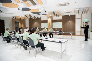 หลักสูตรหัวหน้างาน, หลักสูตรพัฒนาหัวหน้างาน, หลักสูตรหัวหน้างานยุคใหม่, การบริหาร, management, หัวหน้างาน, supervisor, การบังคับบัญชาสำหรับหัวหน้างาน, supervisory, บทบาทหัวหน้างาน, บทบาทและหน้าที่หัวหน้างาน, supervisory skill, การแก้ปัญหาและตัดสินใจ, problem solving, problem solving and decision making, การบริหารความขัดแย้ง, conflict, conflict management, การเป็นผู้นำ, leadership, ผู้นำ, leader, โค้ช, coach, การสอนงาน, coaching, การสั่งการ, การสั่งงาน, directing, การมอบหมายงาน, delegation, การควบคุมงาน, controlling, การจูงใจ, การจูงใจผู้ใต้บังคับบัญชา, การจูงใจลูกน้อง, motivation, การประเมินผลการปฏิบัติงาน, performance appraisal, การบริหารทรัพยากรบุคคล, human resource management, งานด้านบุคคล, hr, human resource, การบริหารทรัพยากรมนุษย์, การพัฒนาบุคลากร, แผนการฝึกอบรมประจำปี, training, training road map, การรักษาบุคลากร, engagement, การรักษาคนเก่ง, talent retention, การคิดอย่างเป็นระบบ, systematic thinking, การคิดสร้างสรรค์, creative thinking, การทำงานเป็นทีม, team, teamwork, การสื่อสาร, communication, การประสานงาน, cooperation, การเจรจาต่อรอง, negotiation, การนำเสนอ, present, presentation, presentation skill, presentation technique, การวางแผน, plan, planning, การจัดลำดับความสำคัญของงาน, priority setting, การให้คำปรึกษา, counseling, การเป็นพี่เลี้ยง, พี่เลี้ยง, mentor, mentoring, การสัมภาษณ์พนักงาน, interview, interviewing, ความฉลาดทางอารมณ์, E.Q., e.q., 5ส, การเพิ่มผลผลิต, productivity, การลดต้นทุน, cost, cost reduction, การขาย, sales, การตลาด, marketing, การให้บริการ, service, service mind, การบริหารลูกค้าสัมพันธ์, crm, customer relationship management, การบริหารเชิงกลยุทธ์, strategic management, การวางแผนกลยุทธ์, strategic planning, การกำหนดตัวชี้วัดในการทำงาน, kpi, การบริหารเวลา, time management, โหงวเฮ้ง, kaizen, บริษัท ไอเดียล อินโนเวชั่น จำกัด, ไอเดียลอินโนเวชั่น, วิชิต สุรพนานนท์ชัย, ดร.วิชิต สุรพนานนท์ชัย, บริษัทวางระบบองค์กร, วางระบบองค์กร, วางระบบบริษัท, รับวางระบบบริษัท, บริษัทวางระบบ, การวางระบบบริษัท, บริษัทที่ปรึกษา, บริษัทวางระบบด้านงานบุคคล, ที่ปรึกษา, งานที่ปรึกษา, ที่ปรึกษาด้าน hr, บริษัทที่ปรึกษาด้าน hr, ที่ปรึกษา hr, ปรึกษา hr, ที่ปรึกษางาน hr, ที่ปรึกษาด้านทรัพยากรบุคคล, บริษัท hr consultant, บริษัทที่ปรึกษาด้าน hrd, ที่ปรึกษา hrd, ปรึกษา hrd, ที่ปรึกษางาน hrd, บริษัทที่ปรึกษาธุรกิจ, บริษัทที่ปรึกษาจำกัด, ที่ปรึกษาองค์กร, บริษัทรับวางระบบ, วางระบบด้านงานบุคคล, วางระบบด้านการบริหาร, วางระบบด้าน hr, งานด้าน hr, ผู้เชี่ยวชาญด้าน hr, ที่ปรึกษาด้านการขาย, วางระบบด้านการขาย, ที่ปรึกษาด้านการตลาด, วางระบบด้านการตลาด, ที่ปรึกษาด้านบัญชี, วางระบบด้านบัญชี, ที่ปรึกษาด้านการเงิน, วางระบบด้านการเงิน, ที่ปรึกษาด้านบริการ, วางระบบด้านบริการ, DeepSeek, Gemini, ChatGPT, content, topic, course, syllabus, curriculum, development