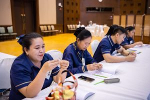 หลักสูตรหัวหน้างาน, หลักสูตรพัฒนาหัวหน้างาน, หลักสูตรหัวหน้างานยุคใหม่, การบริหาร, management, หัวหน้างาน, supervisor, การบังคับบัญชาสำหรับหัวหน้างาน, supervisory, บทบาทหัวหน้างาน, บทบาทและหน้าที่หัวหน้างาน, supervisory skill, การแก้ปัญหาและตัดสินใจ, problem solving, problem solving and decision making, การบริหารความขัดแย้ง, conflict, conflict management, การเป็นผู้นำ, leadership, ผู้นำ, leader, โค้ช, coach, การสอนงาน, coaching, การสั่งการ, การสั่งงาน, directing, การมอบหมายงาน, delegation, การควบคุมงาน, controlling, การจูงใจ, การจูงใจผู้ใต้บังคับบัญชา, การจูงใจลูกน้อง, motivation, การประเมินผลการปฏิบัติงาน, performance appraisal, การบริหารทรัพยากรบุคคล, human resource management, งานด้านบุคคล, hr, human resource, การบริหารทรัพยากรมนุษย์, การพัฒนาบุคลากร, แผนการฝึกอบรมประจำปี, training, training road map, การรักษาบุคลากร, engagement, การรักษาคนเก่ง, talent retention, การคิดอย่างเป็นระบบ, systematic thinking, การคิดสร้างสรรค์, creative thinking, การทำงานเป็นทีม, team, teamwork, การสื่อสาร, communication, การประสานงาน, cooperation, การเจรจาต่อรอง, negotiation, การนำเสนอ, present, presentation, presentation skill, presentation technique, การวางแผน, plan, planning, การจัดลำดับความสำคัญของงาน, priority setting, การให้คำปรึกษา, counseling, การเป็นพี่เลี้ยง, พี่เลี้ยง, mentor, mentoring, การสัมภาษณ์พนักงาน, interview, interviewing, ความฉลาดทางอารมณ์, E.Q., e.q., 5ส, การเพิ่มผลผลิต, productivity, การลดต้นทุน, cost, cost reduction, การขาย, sales, การตลาด, marketing, การให้บริการ, service, service mind, การบริหารลูกค้าสัมพันธ์, crm, customer relationship management, การบริหารเชิงกลยุทธ์, strategic management, การวางแผนกลยุทธ์, strategic planning, การกำหนดตัวชี้วัดในการทำงาน, kpi, การบริหารเวลา, time management, โหงวเฮ้ง, kaizen, บริษัท ไอเดียล อินโนเวชั่น จำกัด, ไอเดียลอินโนเวชั่น, วิชิต สุรพนานนท์ชัย, ดร.วิชิต สุรพนานนท์ชัย, บริษัทวางระบบองค์กร, วางระบบองค์กร, วางระบบบริษัท, รับวางระบบบริษัท, บริษัทวางระบบ, การวางระบบบริษัท, บริษัทที่ปรึกษา, บริษัทวางระบบด้านงานบุคคล, ที่ปรึกษา, งานที่ปรึกษา, ที่ปรึกษาด้าน hr, บริษัทที่ปรึกษาด้าน hr, ที่ปรึกษา hr, ปรึกษา hr, ที่ปรึกษางาน hr, ที่ปรึกษาด้านทรัพยากรบุคคล, บริษัท hr consultant, บริษัทที่ปรึกษาด้าน hrd, ที่ปรึกษา hrd, ปรึกษา hrd, ที่ปรึกษางาน hrd, บริษัทที่ปรึกษาธุรกิจ, บริษัทที่ปรึกษาจำกัด, ที่ปรึกษาองค์กร, บริษัทรับวางระบบ, วางระบบด้านงานบุคคล, วางระบบด้านการบริหาร, วางระบบด้าน hr, งานด้าน hr, ผู้เชี่ยวชาญด้าน hr, ที่ปรึกษาด้านการขาย, วางระบบด้านการขาย, ที่ปรึกษาด้านการตลาด, วางระบบด้านการตลาด, ที่ปรึกษาด้านบัญชี, วางระบบด้านบัญชี, ที่ปรึกษาด้านการเงิน, วางระบบด้านการเงิน, ที่ปรึกษาด้านบริการ, วางระบบด้านบริการ