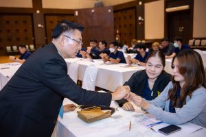หลักสูตรหัวหน้างาน, หลักสูตรพัฒนาหัวหน้างาน, หลักสูตรหัวหน้างานยุคใหม่, การบริหาร, management, หัวหน้างาน, supervisor, การบังคับบัญชาสำหรับหัวหน้างาน, supervisory, บทบาทหัวหน้างาน, บทบาทและหน้าที่หัวหน้างาน, supervisory skill, การแก้ปัญหาและตัดสินใจ, problem solving, problem solving and decision making, การบริหารความขัดแย้ง, conflict, conflict management, การเป็นผู้นำ, leadership, ผู้นำ, leader, โค้ช, coach, การสอนงาน, coaching, การสั่งการ, การสั่งงาน, directing, การมอบหมายงาน, delegation, การควบคุมงาน, controlling, การจูงใจ, การจูงใจผู้ใต้บังคับบัญชา, การจูงใจลูกน้อง, motivation, การประเมินผลการปฏิบัติงาน, performance appraisal, การบริหารทรัพยากรบุคคล, human resource management, งานด้านบุคคล, hr, human resource, การบริหารทรัพยากรมนุษย์, การพัฒนาบุคลากร, แผนการฝึกอบรมประจำปี, training, training road map, การรักษาบุคลากร, engagement, การรักษาคนเก่ง, talent retention, การคิดอย่างเป็นระบบ, systematic thinking, การคิดสร้างสรรค์, creative thinking, การทำงานเป็นทีม, team, teamwork, การสื่อสาร, communication, การประสานงาน, cooperation, การเจรจาต่อรอง, negotiation, การนำเสนอ, present, presentation, presentation skill, presentation technique, การวางแผน, plan, planning, การจัดลำดับความสำคัญของงาน, priority setting, การให้คำปรึกษา, counseling, การเป็นพี่เลี้ยง, พี่เลี้ยง, mentor, mentoring, การสัมภาษณ์พนักงาน, interview, interviewing, ความฉลาดทางอารมณ์, E.Q., e.q., 5ส, การเพิ่มผลผลิต, productivity, การลดต้นทุน, cost, cost reduction, การขาย, sales, การตลาด, marketing, การให้บริการ, service, service mind, การบริหารลูกค้าสัมพันธ์, crm, customer relationship management, การบริหารเชิงกลยุทธ์, strategic management, การวางแผนกลยุทธ์, strategic planning, การกำหนดตัวชี้วัดในการทำงาน, kpi, การบริหารเวลา, time management, โหงวเฮ้ง, kaizen, บริษัท ไอเดียล อินโนเวชั่น จำกัด, ไอเดียลอินโนเวชั่น, วิชิต สุรพนานนท์ชัย, ดร.วิชิต สุรพนานนท์ชัย, บริษัทวางระบบองค์กร, วางระบบองค์กร, วางระบบบริษัท, รับวางระบบบริษัท, บริษัทวางระบบ, การวางระบบบริษัท, บริษัทที่ปรึกษา, บริษัทวางระบบด้านงานบุคคล, ที่ปรึกษา, งานที่ปรึกษา, ที่ปรึกษาด้าน hr, บริษัทที่ปรึกษาด้าน hr, ที่ปรึกษา hr, ปรึกษา hr, ที่ปรึกษางาน hr, ที่ปรึกษาด้านทรัพยากรบุคคล, บริษัท hr consultant, บริษัทที่ปรึกษาด้าน hrd, ที่ปรึกษา hrd, ปรึกษา hrd, ที่ปรึกษางาน hrd, บริษัทที่ปรึกษาธุรกิจ, บริษัทที่ปรึกษาจำกัด, ที่ปรึกษาองค์กร, บริษัทรับวางระบบ, วางระบบด้านงานบุคคล, วางระบบด้านการบริหาร, วางระบบด้าน hr, งานด้าน hr, ผู้เชี่ยวชาญด้าน hr, ที่ปรึกษาด้านการขาย, วางระบบด้านการขาย, ที่ปรึกษาด้านการตลาด, วางระบบด้านการตลาด, ที่ปรึกษาด้านบัญชี, วางระบบด้านบัญชี, ที่ปรึกษาด้านการเงิน, วางระบบด้านการเงิน, ที่ปรึกษาด้านบริการ, วางระบบด้านบริการ