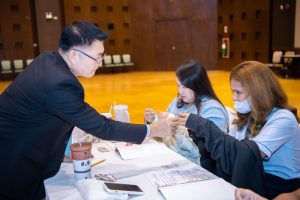 หลักสูตรหัวหน้างาน, หลักสูตรพัฒนาหัวหน้างาน, หลักสูตรหัวหน้างานยุคใหม่, การบริหาร, management, หัวหน้างาน, supervisor, การบังคับบัญชาสำหรับหัวหน้างาน, supervisory, บทบาทหัวหน้างาน, บทบาทและหน้าที่หัวหน้างาน, supervisory skill, การแก้ปัญหาและตัดสินใจ, problem solving, problem solving and decision making, การบริหารความขัดแย้ง, conflict, conflict management, การเป็นผู้นำ, leadership, ผู้นำ, leader, โค้ช, coach, การสอนงาน, coaching, การสั่งการ, การสั่งงาน, directing, การมอบหมายงาน, delegation, การควบคุมงาน, controlling, การจูงใจ, การจูงใจผู้ใต้บังคับบัญชา, การจูงใจลูกน้อง, motivation, การประเมินผลการปฏิบัติงาน, performance appraisal, การบริหารทรัพยากรบุคคล, human resource management, งานด้านบุคคล, hr, human resource, การบริหารทรัพยากรมนุษย์, การพัฒนาบุคลากร, แผนการฝึกอบรมประจำปี, training, training road map, การรักษาบุคลากร, engagement, การรักษาคนเก่ง, talent retention, การคิดอย่างเป็นระบบ, systematic thinking, การคิดสร้างสรรค์, creative thinking, การทำงานเป็นทีม, team, teamwork, การสื่อสาร, communication, การประสานงาน, cooperation, การเจรจาต่อรอง, negotiation, การนำเสนอ, present, presentation, presentation skill, presentation technique, การวางแผน, plan, planning, การจัดลำดับความสำคัญของงาน, priority setting, การให้คำปรึกษา, counseling, การเป็นพี่เลี้ยง, พี่เลี้ยง, mentor, mentoring, การสัมภาษณ์พนักงาน, interview, interviewing, ความฉลาดทางอารมณ์, E.Q., e.q., 5ส, การเพิ่มผลผลิต, productivity, การลดต้นทุน, cost, cost reduction, การขาย, sales, การตลาด, marketing, การให้บริการ, service, service mind, การบริหารลูกค้าสัมพันธ์, crm, customer relationship management, การบริหารเชิงกลยุทธ์, strategic management, การวางแผนกลยุทธ์, strategic planning, การกำหนดตัวชี้วัดในการทำงาน, kpi, การบริหารเวลา, time management, โหงวเฮ้ง, kaizen, บริษัท ไอเดียล อินโนเวชั่น จำกัด, ไอเดียลอินโนเวชั่น, วิชิต สุรพนานนท์ชัย, ดร.วิชิต สุรพนานนท์ชัย, บริษัทวางระบบองค์กร, วางระบบองค์กร, วางระบบบริษัท, รับวางระบบบริษัท, บริษัทวางระบบ, การวางระบบบริษัท, บริษัทที่ปรึกษา, บริษัทวางระบบด้านงานบุคคล, ที่ปรึกษา, งานที่ปรึกษา, ที่ปรึกษาด้าน hr, บริษัทที่ปรึกษาด้าน hr, ที่ปรึกษา hr, ปรึกษา hr, ที่ปรึกษางาน hr, ที่ปรึกษาด้านทรัพยากรบุคคล, บริษัท hr consultant, บริษัทที่ปรึกษาด้าน hrd, ที่ปรึกษา hrd, ปรึกษา hrd, ที่ปรึกษางาน hrd, บริษัทที่ปรึกษาธุรกิจ, บริษัทที่ปรึกษาจำกัด, ที่ปรึกษาองค์กร, บริษัทรับวางระบบ, วางระบบด้านงานบุคคล, วางระบบด้านการบริหาร, วางระบบด้าน hr, งานด้าน hr, ผู้เชี่ยวชาญด้าน hr, ที่ปรึกษาด้านการขาย, วางระบบด้านการขาย, ที่ปรึกษาด้านการตลาด, วางระบบด้านการตลาด, ที่ปรึกษาด้านบัญชี, วางระบบด้านบัญชี, ที่ปรึกษาด้านการเงิน, วางระบบด้านการเงิน, ที่ปรึกษาด้านบริการ, วางระบบด้านบริการ
