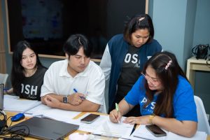 การฝึกอบรม ฝึกอบรม การอบรม อบรม การสัมมนา สัมมนา จัดสัมมนา การสอน สอน วิชา บรรยาย ปฏิบัติ ฝึกปฏิบัติ กิจกรรมกลุ่ม ประชุม ระดมสมอง อภิปราย รายงาน นำเสนอ train training seminar topic course outline proposal group brainstorming workshop discuss discussion content topic syllabus curriculum development วิชา เนื้อหา หัวข้อ รูปแบบ ผู้เข้าอบรม ห้องเรียน ห้องอบรม ห้องประชุม หลักสูตรหัวหน้างาน หลักสูตรพัฒนาหัวหน้างาน หลักสูตรหัวหน้างานยุคใหม่ การบริหาร management หัวหน้างาน supervisor การบังคับบัญชาสำหรับหัวหน้างาน supervisory บทบาทหัวหน้างาน บทบาทและหน้าที่หัวหน้างาน supervisory skill การแก้ปัญหาและตัดสินใจ problem solving problem solving and decision making การบริหารความขัดแย้ง conflict conflict management การเป็นผู้นำ leadership ผู้นำ leader โค้ช coach การสอนงาน coaching การสั่งการ การสั่งงาน directing การมอบหมายงาน delegation การควบคุมงาน controlling การจูงใจ การจูงใจผู้ใต้บังคับบัญชา การจูงใจลูกน้อง motivation การประเมินผลการปฏิบัติงาน performance appraisal การบริหารทรัพยากรบุคคล human resource management งานด้านบุคคล hr human resource การบริหารทรัพยากรมนุษย์ การพัฒนาบุคลากร แผนการฝึกอบรมประจำปี training training road map การรักษาบุคลากร engagement การรักษาคนเก่ง talent retention การคิดอย่างเป็นระบบ systematic thinking การคิดสร้างสรรค์ creative thinking การทำงานเป็นทีม team teamwork การสื่อสาร communication การประสานงาน cooperation การเจรจาต่อรอง negotiation การนำเสนอ present presentation presentation skill presentation technique การวางแผน plan planning การจัดลำดับความสำคัญของงาน priority setting การให้คำปรึกษา counseling การเป็นพี่เลี้ยง พี่เลี้ยง mentor mentoring การสัมภาษณ์พนักงาน interview interviewing ความฉลาดทางอารมณ์ E.Q. e.q. 5ส 5s การเพิ่มผลผลิต productivity การลดต้นทุน cost cost reduction การขาย sales การตลาด marketing การให้บริการ service service mind การบริหารลูกค้าสัมพันธ์ crm customer relationship management การบริหารเชิงกลยุทธ์ strategic management การวางแผนกลยุทธ์ strategic planning การกำหนดตัวชี้วัดในการทำงาน kpi การบริหารเวลา time management โหงวเฮ้ง kaizen บริษัท ไอเดียล อินโนเวชั่น จำกัด ไอเดียลอินโนเวชั่น วิชิต สุรพนานนท์ชัย ดร.วิชิต สุรพนานนท์ชัย วิทยากร อาจารย์ ด๊อกเตอร์ ดร. บริษัทวางระบบองค์กร วางระบบองค์กร วางระบบบริษัท รับวางระบบบริษัท บริษัทวางระบบ การวางระบบบริษัท บริษัทที่ปรึกษา บริษัทวางระบบด้านงานบุคคล ที่ปรึกษา งานที่ปรึกษา ที่ปรึกษาด้าน hr บริษัทที่ปรึกษาด้าน hr ที่ปรึกษา hr ปรึกษา hr ที่ปรึกษางาน hr ที่ปรึกษาด้านทรัพยากรบุคคล บริษัท hr consultant บริษัทที่ปรึกษาด้าน hrd ที่ปรึกษา hrd ปรึกษา hrd ที่ปรึกษางาน hrd บริษัทที่ปรึกษาธุรกิจ บริษัทที่ปรึกษาจำกัด ที่ปรึกษาองค์กร บริษัทรับวางระบบ วางระบบด้านงานบุคคล วางระบบด้านการบริหาร วางระบบด้าน hr งานด้าน hr ผู้เชี่ยวชาญด้าน hr ที่ปรึกษาด้านการขาย วางระบบด้านการขาย ที่ปรึกษาด้านการตลาด วางระบบด้านการตลาด ที่ปรึกษาด้านบัญชี วางระบบด้านบัญชี ที่ปรึกษาด้านการเงิน วางระบบด้านการเงิน ที่ปรึกษาด้านบริการ วางระบบด้านบริการ DeepSeek Gemini ChatGPT