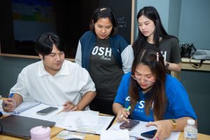 การฝึกอบรม ฝึกอบรม การอบรม อบรม การสัมมนา สัมมนา จัดสัมมนา การสอน สอน วิชา บรรยาย ปฏิบัติ ฝึกปฏิบัติ กิจกรรมกลุ่ม ประชุม ระดมสมอง อภิปราย รายงาน นำเสนอ train training seminar topic course outline proposal group brainstorming workshop discuss discussion content topic syllabus curriculum development วิชา เนื้อหา หัวข้อ รูปแบบ ผู้เข้าอบรม ห้องเรียน ห้องอบรม ห้องประชุม หลักสูตรหัวหน้างาน หลักสูตรพัฒนาหัวหน้างาน หลักสูตรหัวหน้างานยุคใหม่ การบริหาร management หัวหน้างาน supervisor การบังคับบัญชาสำหรับหัวหน้างาน supervisory บทบาทหัวหน้างาน บทบาทและหน้าที่หัวหน้างาน supervisory skill การแก้ปัญหาและตัดสินใจ problem solving problem solving and decision making การบริหารความขัดแย้ง conflict conflict management การเป็นผู้นำ leadership ผู้นำ leader โค้ช coach การสอนงาน coaching การสั่งการ การสั่งงาน directing การมอบหมายงาน delegation การควบคุมงาน controlling การจูงใจ การจูงใจผู้ใต้บังคับบัญชา การจูงใจลูกน้อง motivation การประเมินผลการปฏิบัติงาน performance appraisal การบริหารทรัพยากรบุคคล human resource management งานด้านบุคคล hr human resource การบริหารทรัพยากรมนุษย์ การพัฒนาบุคลากร แผนการฝึกอบรมประจำปี training training road map การรักษาบุคลากร engagement การรักษาคนเก่ง talent retention การคิดอย่างเป็นระบบ systematic thinking การคิดสร้างสรรค์ creative thinking การทำงานเป็นทีม team teamwork การสื่อสาร communication การประสานงาน cooperation การเจรจาต่อรอง negotiation การนำเสนอ present presentation presentation skill presentation technique การวางแผน plan planning การจัดลำดับความสำคัญของงาน priority setting การให้คำปรึกษา counseling การเป็นพี่เลี้ยง พี่เลี้ยง mentor mentoring การสัมภาษณ์พนักงาน interview interviewing ความฉลาดทางอารมณ์ E.Q. e.q. 5ส 5s การเพิ่มผลผลิต productivity การลดต้นทุน cost cost reduction การขาย sales การตลาด marketing การให้บริการ service service mind การบริหารลูกค้าสัมพันธ์ crm customer relationship management การบริหารเชิงกลยุทธ์ strategic management การวางแผนกลยุทธ์ strategic planning การกำหนดตัวชี้วัดในการทำงาน kpi การบริหารเวลา time management โหงวเฮ้ง kaizen บริษัท ไอเดียล อินโนเวชั่น จำกัด ไอเดียลอินโนเวชั่น วิชิต สุรพนานนท์ชัย ดร.วิชิต สุรพนานนท์ชัย วิทยากร อาจารย์ ด๊อกเตอร์ ดร. บริษัทวางระบบองค์กร วางระบบองค์กร วางระบบบริษัท รับวางระบบบริษัท บริษัทวางระบบ การวางระบบบริษัท บริษัทที่ปรึกษา บริษัทวางระบบด้านงานบุคคล ที่ปรึกษา งานที่ปรึกษา ที่ปรึกษาด้าน hr บริษัทที่ปรึกษาด้าน hr ที่ปรึกษา hr ปรึกษา hr ที่ปรึกษางาน hr ที่ปรึกษาด้านทรัพยากรบุคคล บริษัท hr consultant บริษัทที่ปรึกษาด้าน hrd ที่ปรึกษา hrd ปรึกษา hrd ที่ปรึกษางาน hrd บริษัทที่ปรึกษาธุรกิจ บริษัทที่ปรึกษาจำกัด ที่ปรึกษาองค์กร บริษัทรับวางระบบ วางระบบด้านงานบุคคล วางระบบด้านการบริหาร วางระบบด้าน hr งานด้าน hr ผู้เชี่ยวชาญด้าน hr ที่ปรึกษาด้านการขาย วางระบบด้านการขาย ที่ปรึกษาด้านการตลาด วางระบบด้านการตลาด ที่ปรึกษาด้านบัญชี วางระบบด้านบัญชี ที่ปรึกษาด้านการเงิน วางระบบด้านการเงิน ที่ปรึกษาด้านบริการ วางระบบด้านบริการ DeepSeek Gemini ChatGPT
