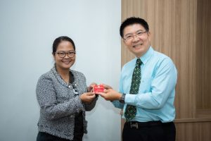 การฝึกอบรม ฝึกอบรม การอบรม อบรม การสัมมนา สัมมนา จัดสัมมนา การสอน สอน วิชา บรรยาย ปฏิบัติ ฝึกปฏิบัติ กิจกรรมกลุ่ม ประชุม ระดมสมอง อภิปราย รายงาน นำเสนอ train training seminar topic course outline proposal group brainstorming workshop discuss discussion content topic syllabus curriculum development วิชา เนื้อหา หัวข้อ รูปแบบ ผู้เข้าอบรม ห้องเรียน ห้องอบรม ห้องประชุม หลักสูตรหัวหน้างาน หลักสูตรพัฒนาหัวหน้างาน หลักสูตรหัวหน้างานยุคใหม่ การบริหาร management หัวหน้างาน supervisor การบังคับบัญชาสำหรับหัวหน้างาน supervisory บทบาทหัวหน้างาน บทบาทและหน้าที่หัวหน้างาน supervisory skill การแก้ปัญหาและตัดสินใจ problem solving problem solving and decision making การบริหารความขัดแย้ง conflict conflict management การเป็นผู้นำ leadership ผู้นำ leader โค้ช coach การสอนงาน coaching การสั่งการ การสั่งงาน directing การมอบหมายงาน delegation การควบคุมงาน controlling การจูงใจ การจูงใจผู้ใต้บังคับบัญชา การจูงใจลูกน้อง motivation การประเมินผลการปฏิบัติงาน performance appraisal การบริหารทรัพยากรบุคคล human resource management งานด้านบุคคล hr human resource การบริหารทรัพยากรมนุษย์ การพัฒนาบุคลากร แผนการฝึกอบรมประจำปี training training road map การรักษาบุคลากร engagement การรักษาคนเก่ง talent retention การคิดอย่างเป็นระบบ systematic thinking การคิดสร้างสรรค์ creative thinking การทำงานเป็นทีม team teamwork การสื่อสาร communication การประสานงาน cooperation การเจรจาต่อรอง negotiation การนำเสนอ present presentation presentation skill presentation technique การวางแผน plan planning การจัดลำดับความสำคัญของงาน priority setting การให้คำปรึกษา counseling การเป็นพี่เลี้ยง พี่เลี้ยง mentor mentoring การสัมภาษณ์พนักงาน interview interviewing ความฉลาดทางอารมณ์ E.Q. e.q. 5ส 5s การเพิ่มผลผลิต productivity การลดต้นทุน cost cost reduction การขาย sales การตลาด marketing การให้บริการ service service mind การบริหารลูกค้าสัมพันธ์ crm customer relationship management การบริหารเชิงกลยุทธ์ strategic management การวางแผนกลยุทธ์ strategic planning การกำหนดตัวชี้วัดในการทำงาน kpi การบริหารเวลา time management โหงวเฮ้ง kaizen บริษัท ไอเดียล อินโนเวชั่น จำกัด ไอเดียลอินโนเวชั่น วิชิต สุรพนานนท์ชัย ดร.วิชิต สุรพนานนท์ชัย วิทยากร อาจารย์ ด๊อกเตอร์ ดร. บริษัทวางระบบองค์กร วางระบบองค์กร วางระบบบริษัท รับวางระบบบริษัท บริษัทวางระบบ การวางระบบบริษัท บริษัทที่ปรึกษา บริษัทวางระบบด้านงานบุคคล ที่ปรึกษา งานที่ปรึกษา ที่ปรึกษาด้าน hr บริษัทที่ปรึกษาด้าน hr ที่ปรึกษา hr ปรึกษา hr ที่ปรึกษางาน hr ที่ปรึกษาด้านทรัพยากรบุคคล บริษัท hr consultant บริษัทที่ปรึกษาด้าน hrd ที่ปรึกษา hrd ปรึกษา hrd ที่ปรึกษางาน hrd บริษัทที่ปรึกษาธุรกิจ บริษัทที่ปรึกษาจำกัด ที่ปรึกษาองค์กร บริษัทรับวางระบบ วางระบบด้านงานบุคคล วางระบบด้านการบริหาร วางระบบด้าน hr งานด้าน hr ผู้เชี่ยวชาญด้าน hr ที่ปรึกษาด้านการขาย วางระบบด้านการขาย ที่ปรึกษาด้านการตลาด วางระบบด้านการตลาด ที่ปรึกษาด้านบัญชี วางระบบด้านบัญชี ที่ปรึกษาด้านการเงิน วางระบบด้านการเงิน ที่ปรึกษาด้านบริการ วางระบบด้านบริการ DeepSeek Gemini ChatGPT
