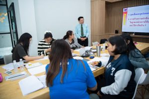 การฝึกอบรม ฝึกอบรม การอบรม อบรม การสัมมนา สัมมนา จัดสัมมนา การสอน สอน วิชา บรรยาย ปฏิบัติ ฝึกปฏิบัติ กิจกรรมกลุ่ม ประชุม ระดมสมอง อภิปราย รายงาน นำเสนอ train training seminar topic course outline proposal group brainstorming workshop discuss discussion content topic syllabus curriculum development วิชา เนื้อหา หัวข้อ รูปแบบ ผู้เข้าอบรม ห้องเรียน ห้องอบรม ห้องประชุม หลักสูตรหัวหน้างาน หลักสูตรพัฒนาหัวหน้างาน หลักสูตรหัวหน้างานยุคใหม่ การบริหาร management หัวหน้างาน supervisor การบังคับบัญชาสำหรับหัวหน้างาน supervisory บทบาทหัวหน้างาน บทบาทและหน้าที่หัวหน้างาน supervisory skill การแก้ปัญหาและตัดสินใจ problem solving problem solving and decision making การบริหารความขัดแย้ง conflict conflict management การเป็นผู้นำ leadership ผู้นำ leader โค้ช coach การสอนงาน coaching การสั่งการ การสั่งงาน directing การมอบหมายงาน delegation การควบคุมงาน controlling การจูงใจ การจูงใจผู้ใต้บังคับบัญชา การจูงใจลูกน้อง motivation การประเมินผลการปฏิบัติงาน performance appraisal การบริหารทรัพยากรบุคคล human resource management งานด้านบุคคล hr human resource การบริหารทรัพยากรมนุษย์ การพัฒนาบุคลากร แผนการฝึกอบรมประจำปี training training road map การรักษาบุคลากร engagement การรักษาคนเก่ง talent retention การคิดอย่างเป็นระบบ systematic thinking การคิดสร้างสรรค์ creative thinking การทำงานเป็นทีม team teamwork การสื่อสาร communication การประสานงาน cooperation การเจรจาต่อรอง negotiation การนำเสนอ present presentation presentation skill presentation technique การวางแผน plan planning การจัดลำดับความสำคัญของงาน priority setting การให้คำปรึกษา counseling การเป็นพี่เลี้ยง พี่เลี้ยง mentor mentoring การสัมภาษณ์พนักงาน interview interviewing ความฉลาดทางอารมณ์ E.Q. e.q. 5ส 5s การเพิ่มผลผลิต productivity การลดต้นทุน cost cost reduction การขาย sales การตลาด marketing การให้บริการ service service mind การบริหารลูกค้าสัมพันธ์ crm customer relationship management การบริหารเชิงกลยุทธ์ strategic management การวางแผนกลยุทธ์ strategic planning การกำหนดตัวชี้วัดในการทำงาน kpi การบริหารเวลา time management โหงวเฮ้ง kaizen บริษัท ไอเดียล อินโนเวชั่น จำกัด ไอเดียลอินโนเวชั่น วิชิต สุรพนานนท์ชัย ดร.วิชิต สุรพนานนท์ชัย วิทยากร อาจารย์ ด๊อกเตอร์ ดร. บริษัทวางระบบองค์กร วางระบบองค์กร วางระบบบริษัท รับวางระบบบริษัท บริษัทวางระบบ การวางระบบบริษัท บริษัทที่ปรึกษา บริษัทวางระบบด้านงานบุคคล ที่ปรึกษา งานที่ปรึกษา ที่ปรึกษาด้าน hr บริษัทที่ปรึกษาด้าน hr ที่ปรึกษา hr ปรึกษา hr ที่ปรึกษางาน hr ที่ปรึกษาด้านทรัพยากรบุคคล บริษัท hr consultant บริษัทที่ปรึกษาด้าน hrd ที่ปรึกษา hrd ปรึกษา hrd ที่ปรึกษางาน hrd บริษัทที่ปรึกษาธุรกิจ บริษัทที่ปรึกษาจำกัด ที่ปรึกษาองค์กร บริษัทรับวางระบบ วางระบบด้านงานบุคคล วางระบบด้านการบริหาร วางระบบด้าน hr งานด้าน hr ผู้เชี่ยวชาญด้าน hr ที่ปรึกษาด้านการขาย วางระบบด้านการขาย ที่ปรึกษาด้านการตลาด วางระบบด้านการตลาด ที่ปรึกษาด้านบัญชี วางระบบด้านบัญชี ที่ปรึกษาด้านการเงิน วางระบบด้านการเงิน ที่ปรึกษาด้านบริการ วางระบบด้านบริการ DeepSeek Gemini ChatGPT