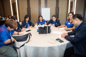 การฝึกอบรม ฝึกอบรม การอบรม อบรม การสัมมนา สัมมนา จัดสัมมนา การสอน สอน วิชา บรรยาย ปฏิบัติ ฝึกปฏิบัติ กิจกรรมกลุ่ม ประชุม ระดมสมอง อภิปราย รายงาน นำเสนอ train training seminar topic course outline proposal group brainstorming workshop discuss discussion content topic syllabus curriculum development วิชา เนื้อหา หัวข้อ รูปแบบ ผู้เข้าอบรม ห้องเรียน ห้องอบรม ห้องประชุม หลักสูตรหัวหน้างาน หลักสูตรพัฒนาหัวหน้างาน หลักสูตรหัวหน้างานยุคใหม่ การบริหาร management หัวหน้างาน supervisor การบังคับบัญชาสำหรับหัวหน้างาน supervisory บทบาทหัวหน้างาน บทบาทและหน้าที่หัวหน้างาน supervisory skill การแก้ปัญหาและตัดสินใจ problem solving problem solving and decision making การบริหารความขัดแย้ง conflict conflict management การเป็นผู้นำ leadership ผู้นำ leader โค้ช coach การสอนงาน coaching การสั่งการ การสั่งงาน directing การมอบหมายงาน delegation การควบคุมงาน controlling การจูงใจ การจูงใจผู้ใต้บังคับบัญชา การจูงใจลูกน้อง motivation การประเมินผลการปฏิบัติงาน performance appraisal การบริหารทรัพยากรบุคคล human resource management งานด้านบุคคล hr human resource การบริหารทรัพยากรมนุษย์ การพัฒนาบุคลากร แผนการฝึกอบรมประจำปี training training road map การรักษาบุคลากร engagement การรักษาคนเก่ง talent retention การคิดอย่างเป็นระบบ systematic thinking การคิดสร้างสรรค์ creative thinking การทำงานเป็นทีม team teamwork การสื่อสาร communication การประสานงาน cooperation การเจรจาต่อรอง negotiation การนำเสนอ present presentation presentation skill presentation technique การวางแผน plan planning การจัดลำดับความสำคัญของงาน priority setting การให้คำปรึกษา counseling การเป็นพี่เลี้ยง พี่เลี้ยง mentor mentoring การสัมภาษณ์พนักงาน interview interviewing ความฉลาดทางอารมณ์ E.Q. e.q. 5ส 5s การเพิ่มผลผลิต productivity การลดต้นทุน cost cost reduction การขาย sales การตลาด marketing การให้บริการ service service mind การบริหารลูกค้าสัมพันธ์ crm customer relationship management การบริหารเชิงกลยุทธ์ strategic management การวางแผนกลยุทธ์ strategic planning การกำหนดตัวชี้วัดในการทำงาน kpi การบริหารเวลา time management โหงวเฮ้ง kaizen บริษัท ไอเดียล อินโนเวชั่น จำกัด ไอเดียลอินโนเวชั่น วิชิต สุรพนานนท์ชัย ดร.วิชิต สุรพนานนท์ชัย วิทยากร อาจารย์ ด๊อกเตอร์ ดร. บริษัทวางระบบองค์กร วางระบบองค์กร วางระบบบริษัท รับวางระบบบริษัท บริษัทวางระบบ การวางระบบบริษัท บริษัทที่ปรึกษา บริษัทวางระบบด้านงานบุคคล ที่ปรึกษา งานที่ปรึกษา ที่ปรึกษาด้าน hr บริษัทที่ปรึกษาด้าน hr ที่ปรึกษา hr ปรึกษา hr ที่ปรึกษางาน hr ที่ปรึกษาด้านทรัพยากรบุคคล บริษัท hr consultant บริษัทที่ปรึกษาด้าน hrd ที่ปรึกษา hrd ปรึกษา hrd ที่ปรึกษางาน hrd บริษัทที่ปรึกษาธุรกิจ บริษัทที่ปรึกษาจำกัด ที่ปรึกษาองค์กร บริษัทรับวางระบบ วางระบบด้านงานบุคคล วางระบบด้านการบริหาร วางระบบด้าน hr งานด้าน hr ผู้เชี่ยวชาญด้าน hr ที่ปรึกษาด้านการขาย วางระบบด้านการขาย ที่ปรึกษาด้านการตลาด วางระบบด้านการตลาด ที่ปรึกษาด้านบัญชี วางระบบด้านบัญชี ที่ปรึกษาด้านการเงิน วางระบบด้านการเงิน ที่ปรึกษาด้านบริการ วางระบบด้านบริการ DeepSeek Gemini ChatGPT