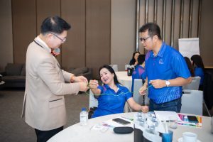 การฝึกอบรม ฝึกอบรม การอบรม อบรม การสัมมนา สัมมนา จัดสัมมนา การสอน สอน วิชา บรรยาย ปฏิบัติ ฝึกปฏิบัติ กิจกรรมกลุ่ม ประชุม ระดมสมอง อภิปราย รายงาน นำเสนอ train training seminar topic course outline proposal group brainstorming workshop discuss discussion content topic syllabus curriculum development วิชา เนื้อหา หัวข้อ รูปแบบ ผู้เข้าอบรม ห้องเรียน ห้องอบรม ห้องประชุม หลักสูตรหัวหน้างาน หลักสูตรพัฒนาหัวหน้างาน หลักสูตรหัวหน้างานยุคใหม่ การบริหาร management หัวหน้างาน supervisor การบังคับบัญชาสำหรับหัวหน้างาน supervisory บทบาทหัวหน้างาน บทบาทและหน้าที่หัวหน้างาน supervisory skill การแก้ปัญหาและตัดสินใจ problem solving problem solving and decision making การบริหารความขัดแย้ง conflict conflict management การเป็นผู้นำ leadership ผู้นำ leader โค้ช coach การสอนงาน coaching การสั่งการ การสั่งงาน directing การมอบหมายงาน delegation การควบคุมงาน controlling การจูงใจ การจูงใจผู้ใต้บังคับบัญชา การจูงใจลูกน้อง motivation การประเมินผลการปฏิบัติงาน performance appraisal การบริหารทรัพยากรบุคคล human resource management งานด้านบุคคล hr human resource การบริหารทรัพยากรมนุษย์ การพัฒนาบุคลากร แผนการฝึกอบรมประจำปี training training road map การรักษาบุคลากร engagement การรักษาคนเก่ง talent retention การคิดอย่างเป็นระบบ systematic thinking การคิดสร้างสรรค์ creative thinking การทำงานเป็นทีม team teamwork การสื่อสาร communication การประสานงาน cooperation การเจรจาต่อรอง negotiation การนำเสนอ present presentation presentation skill presentation technique การวางแผน plan planning การจัดลำดับความสำคัญของงาน priority setting การให้คำปรึกษา counseling การเป็นพี่เลี้ยง พี่เลี้ยง mentor mentoring การสัมภาษณ์พนักงาน interview interviewing ความฉลาดทางอารมณ์ E.Q. e.q. 5ส 5s การเพิ่มผลผลิต productivity การลดต้นทุน cost cost reduction การขาย sales การตลาด marketing การให้บริการ service service mind การบริหารลูกค้าสัมพันธ์ crm customer relationship management การบริหารเชิงกลยุทธ์ strategic management การวางแผนกลยุทธ์ strategic planning การกำหนดตัวชี้วัดในการทำงาน kpi การบริหารเวลา time management โหงวเฮ้ง kaizen บริษัท ไอเดียล อินโนเวชั่น จำกัด ไอเดียลอินโนเวชั่น วิชิต สุรพนานนท์ชัย ดร.วิชิต สุรพนานนท์ชัย วิทยากร อาจารย์ ด๊อกเตอร์ ดร. บริษัทวางระบบองค์กร วางระบบองค์กร วางระบบบริษัท รับวางระบบบริษัท บริษัทวางระบบ การวางระบบบริษัท บริษัทที่ปรึกษา บริษัทวางระบบด้านงานบุคคล ที่ปรึกษา งานที่ปรึกษา ที่ปรึกษาด้าน hr บริษัทที่ปรึกษาด้าน hr ที่ปรึกษา hr ปรึกษา hr ที่ปรึกษางาน hr ที่ปรึกษาด้านทรัพยากรบุคคล บริษัท hr consultant บริษัทที่ปรึกษาด้าน hrd ที่ปรึกษา hrd ปรึกษา hrd ที่ปรึกษางาน hrd บริษัทที่ปรึกษาธุรกิจ บริษัทที่ปรึกษาจำกัด ที่ปรึกษาองค์กร บริษัทรับวางระบบ วางระบบด้านงานบุคคล วางระบบด้านการบริหาร วางระบบด้าน hr งานด้าน hr ผู้เชี่ยวชาญด้าน hr ที่ปรึกษาด้านการขาย วางระบบด้านการขาย ที่ปรึกษาด้านการตลาด วางระบบด้านการตลาด ที่ปรึกษาด้านบัญชี วางระบบด้านบัญชี ที่ปรึกษาด้านการเงิน วางระบบด้านการเงิน ที่ปรึกษาด้านบริการ วางระบบด้านบริการ DeepSeek Gemini ChatGPT