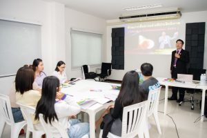 การฝึกอบรม ฝึกอบรม การอบรม อบรม การสัมมนา สัมมนา จัดสัมมนา การสอน สอน วิชา บรรยาย ปฏิบัติ ฝึกปฏิบัติ กิจกรรมกลุ่ม ประชุม ระดมสมอง อภิปราย รายงาน นำเสนอ train training seminar topic course outline proposal group brainstorming workshop discuss discussion content topic syllabus curriculum development วิชา เนื้อหา หัวข้อ รูปแบบ ผู้เข้าอบรม ห้องเรียน ห้องอบรม ห้องประชุม หลักสูตรหัวหน้างาน หลักสูตรพัฒนาหัวหน้างาน หลักสูตรหัวหน้างานยุคใหม่ การบริหาร management หัวหน้างาน supervisor การบังคับบัญชาสำหรับหัวหน้างาน supervisory บทบาทหัวหน้างาน บทบาทและหน้าที่หัวหน้างาน supervisory skill การแก้ปัญหาและตัดสินใจ problem solving problem solving and decision making การบริหารความขัดแย้ง conflict conflict management การเป็นผู้นำ leadership ผู้นำ leader โค้ช coach การสอนงาน coaching การสั่งการ การสั่งงาน directing การมอบหมายงาน delegation การควบคุมงาน controlling การจูงใจ การจูงใจผู้ใต้บังคับบัญชา การจูงใจลูกน้อง motivation การประเมินผลการปฏิบัติงาน performance appraisal การบริหารทรัพยากรบุคคล human resource management งานด้านบุคคล hr human resource การบริหารทรัพยากรมนุษย์ การพัฒนาบุคลากร แผนการฝึกอบรมประจำปี training training road map การรักษาบุคลากร engagement การรักษาคนเก่ง talent retention การคิดอย่างเป็นระบบ systematic thinking การคิดสร้างสรรค์ creative thinking การทำงานเป็นทีม team teamwork การสื่อสาร communication การประสานงาน cooperation การเจรจาต่อรอง negotiation การนำเสนอ present presentation presentation skill presentation technique การวางแผน plan planning การจัดลำดับความสำคัญของงาน priority setting การให้คำปรึกษา counseling การเป็นพี่เลี้ยง พี่เลี้ยง mentor mentoring การสัมภาษณ์พนักงาน interview interviewing ความฉลาดทางอารมณ์ E.Q. e.q. 5ส 5s การเพิ่มผลผลิต productivity การลดต้นทุน cost cost reduction การขาย sales การตลาด marketing การให้บริการ service service mind การบริหารลูกค้าสัมพันธ์ crm customer relationship management การบริหารเชิงกลยุทธ์ strategic management การวางแผนกลยุทธ์ strategic planning การกำหนดตัวชี้วัดในการทำงาน kpi การบริหารเวลา time management โหงวเฮ้ง kaizen บริษัท ไอเดียล อินโนเวชั่น จำกัด ไอเดียลอินโนเวชั่น วิชิต สุรพนานนท์ชัย ดร.วิชิต สุรพนานนท์ชัย วิทยากร อาจารย์ ด๊อกเตอร์ ดร. บริษัทวางระบบองค์กร วางระบบองค์กร วางระบบบริษัท รับวางระบบบริษัท บริษัทวางระบบ การวางระบบบริษัท บริษัทที่ปรึกษา บริษัทวางระบบด้านงานบุคคล ที่ปรึกษา งานที่ปรึกษา ที่ปรึกษาด้าน hr บริษัทที่ปรึกษาด้าน hr ที่ปรึกษา hr ปรึกษา hr ที่ปรึกษางาน hr ที่ปรึกษาด้านทรัพยากรบุคคล บริษัท hr consultant บริษัทที่ปรึกษาด้าน hrd ที่ปรึกษา hrd ปรึกษา hrd ที่ปรึกษางาน hrd บริษัทที่ปรึกษาธุรกิจ บริษัทที่ปรึกษาจำกัด ที่ปรึกษาองค์กร บริษัทรับวางระบบ วางระบบด้านงานบุคคล วางระบบด้านการบริหาร วางระบบด้าน hr งานด้าน hr ผู้เชี่ยวชาญด้าน hr ที่ปรึกษาด้านการขาย วางระบบด้านการขาย ที่ปรึกษาด้านการตลาด วางระบบด้านการตลาด ที่ปรึกษาด้านบัญชี วางระบบด้านบัญชี ที่ปรึกษาด้านการเงิน วางระบบด้านการเงิน ที่ปรึกษาด้านบริการ วางระบบด้านบริการ DeepSeek Gemini ChatGPT
