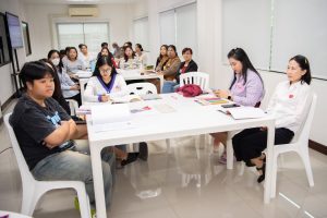 การฝึกอบรม ฝึกอบรม การอบรม อบรม การสัมมนา สัมมนา จัดสัมมนา การสอน สอน วิชา บรรยาย ปฏิบัติ ฝึกปฏิบัติ กิจกรรมกลุ่ม ประชุม ระดมสมอง อภิปราย รายงาน นำเสนอ train training seminar topic course outline proposal group brainstorming workshop discuss discussion content topic syllabus curriculum development วิชา เนื้อหา หัวข้อ รูปแบบ ผู้เข้าอบรม ห้องเรียน ห้องอบรม ห้องประชุม หลักสูตรหัวหน้างาน หลักสูตรพัฒนาหัวหน้างาน หลักสูตรหัวหน้างานยุคใหม่ การบริหาร management หัวหน้างาน supervisor การบังคับบัญชาสำหรับหัวหน้างาน supervisory บทบาทหัวหน้างาน บทบาทและหน้าที่หัวหน้างาน supervisory skill การแก้ปัญหาและตัดสินใจ problem solving problem solving and decision making การบริหารความขัดแย้ง conflict conflict management การเป็นผู้นำ leadership ผู้นำ leader โค้ช coach การสอนงาน coaching การสั่งการ การสั่งงาน directing การมอบหมายงาน delegation การควบคุมงาน controlling การจูงใจ การจูงใจผู้ใต้บังคับบัญชา การจูงใจลูกน้อง motivation การประเมินผลการปฏิบัติงาน performance appraisal การบริหารทรัพยากรบุคคล human resource management งานด้านบุคคล hr human resource การบริหารทรัพยากรมนุษย์ การพัฒนาบุคลากร แผนการฝึกอบรมประจำปี training training road map การรักษาบุคลากร engagement การรักษาคนเก่ง talent retention การคิดอย่างเป็นระบบ systematic thinking การคิดสร้างสรรค์ creative thinking การทำงานเป็นทีม team teamwork การสื่อสาร communication การประสานงาน cooperation การเจรจาต่อรอง negotiation การนำเสนอ present presentation presentation skill presentation technique การวางแผน plan planning การจัดลำดับความสำคัญของงาน priority setting การให้คำปรึกษา counseling การเป็นพี่เลี้ยง พี่เลี้ยง mentor mentoring การสัมภาษณ์พนักงาน interview interviewing ความฉลาดทางอารมณ์ E.Q. e.q. 5ส 5s การเพิ่มผลผลิต productivity การลดต้นทุน cost cost reduction การขาย sales การตลาด marketing การให้บริการ service service mind การบริหารลูกค้าสัมพันธ์ crm customer relationship management การบริหารเชิงกลยุทธ์ strategic management การวางแผนกลยุทธ์ strategic planning การกำหนดตัวชี้วัดในการทำงาน kpi การบริหารเวลา time management โหงวเฮ้ง kaizen บริษัท ไอเดียล อินโนเวชั่น จำกัด ไอเดียลอินโนเวชั่น วิชิต สุรพนานนท์ชัย ดร.วิชิต สุรพนานนท์ชัย วิทยากร อาจารย์ ด๊อกเตอร์ ดร. บริษัทวางระบบองค์กร วางระบบองค์กร วางระบบบริษัท รับวางระบบบริษัท บริษัทวางระบบ การวางระบบบริษัท บริษัทที่ปรึกษา บริษัทวางระบบด้านงานบุคคล ที่ปรึกษา งานที่ปรึกษา ที่ปรึกษาด้าน hr บริษัทที่ปรึกษาด้าน hr ที่ปรึกษา hr ปรึกษา hr ที่ปรึกษางาน hr ที่ปรึกษาด้านทรัพยากรบุคคล บริษัท hr consultant บริษัทที่ปรึกษาด้าน hrd ที่ปรึกษา hrd ปรึกษา hrd ที่ปรึกษางาน hrd บริษัทที่ปรึกษาธุรกิจ บริษัทที่ปรึกษาจำกัด ที่ปรึกษาองค์กร บริษัทรับวางระบบ วางระบบด้านงานบุคคล วางระบบด้านการบริหาร วางระบบด้าน hr งานด้าน hr ผู้เชี่ยวชาญด้าน hr ที่ปรึกษาด้านการขาย วางระบบด้านการขาย ที่ปรึกษาด้านการตลาด วางระบบด้านการตลาด ที่ปรึกษาด้านบัญชี วางระบบด้านบัญชี ที่ปรึกษาด้านการเงิน วางระบบด้านการเงิน ที่ปรึกษาด้านบริการ วางระบบด้านบริการ DeepSeek Gemini ChatGPT