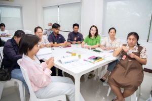 การฝึกอบรม ฝึกอบรม การอบรม อบรม การสัมมนา สัมมนา จัดสัมมนา การสอน สอน วิชา บรรยาย ปฏิบัติ ฝึกปฏิบัติ กิจกรรมกลุ่ม ประชุม ระดมสมอง อภิปราย รายงาน นำเสนอ train training seminar topic course outline proposal group brainstorming workshop discuss discussion content topic syllabus curriculum development วิชา เนื้อหา หัวข้อ รูปแบบ ผู้เข้าอบรม ห้องเรียน ห้องอบรม ห้องประชุม หลักสูตรหัวหน้างาน หลักสูตรพัฒนาหัวหน้างาน หลักสูตรหัวหน้างานยุคใหม่ การบริหาร management หัวหน้างาน supervisor การบังคับบัญชาสำหรับหัวหน้างาน supervisory บทบาทหัวหน้างาน บทบาทและหน้าที่หัวหน้างาน supervisory skill การแก้ปัญหาและตัดสินใจ problem solving problem solving and decision making การบริหารความขัดแย้ง conflict conflict management การเป็นผู้นำ leadership ผู้นำ leader โค้ช coach การสอนงาน coaching การสั่งการ การสั่งงาน directing การมอบหมายงาน delegation การควบคุมงาน controlling การจูงใจ การจูงใจผู้ใต้บังคับบัญชา การจูงใจลูกน้อง motivation การประเมินผลการปฏิบัติงาน performance appraisal การบริหารทรัพยากรบุคคล human resource management งานด้านบุคคล hr human resource การบริหารทรัพยากรมนุษย์ การพัฒนาบุคลากร แผนการฝึกอบรมประจำปี training training road map การรักษาบุคลากร engagement การรักษาคนเก่ง talent retention การคิดอย่างเป็นระบบ systematic thinking การคิดสร้างสรรค์ creative thinking การทำงานเป็นทีม team teamwork การสื่อสาร communication การประสานงาน cooperation การเจรจาต่อรอง negotiation การนำเสนอ present presentation presentation skill presentation technique การวางแผน plan planning การจัดลำดับความสำคัญของงาน priority setting การให้คำปรึกษา counseling การเป็นพี่เลี้ยง พี่เลี้ยง mentor mentoring การสัมภาษณ์พนักงาน interview interviewing ความฉลาดทางอารมณ์ E.Q. e.q. 5ส 5s การเพิ่มผลผลิต productivity การลดต้นทุน cost cost reduction การขาย sales การตลาด marketing การให้บริการ service service mind การบริหารลูกค้าสัมพันธ์ crm customer relationship management การบริหารเชิงกลยุทธ์ strategic management การวางแผนกลยุทธ์ strategic planning การกำหนดตัวชี้วัดในการทำงาน kpi การบริหารเวลา time management โหงวเฮ้ง kaizen บริษัท ไอเดียล อินโนเวชั่น จำกัด ไอเดียลอินโนเวชั่น วิชิต สุรพนานนท์ชัย ดร.วิชิต สุรพนานนท์ชัย วิทยากร อาจารย์ ด๊อกเตอร์ ดร. บริษัทวางระบบองค์กร วางระบบองค์กร วางระบบบริษัท รับวางระบบบริษัท บริษัทวางระบบ การวางระบบบริษัท บริษัทที่ปรึกษา บริษัทวางระบบด้านงานบุคคล ที่ปรึกษา งานที่ปรึกษา ที่ปรึกษาด้าน hr บริษัทที่ปรึกษาด้าน hr ที่ปรึกษา hr ปรึกษา hr ที่ปรึกษางาน hr ที่ปรึกษาด้านทรัพยากรบุคคล บริษัท hr consultant บริษัทที่ปรึกษาด้าน hrd ที่ปรึกษา hrd ปรึกษา hrd ที่ปรึกษางาน hrd บริษัทที่ปรึกษาธุรกิจ บริษัทที่ปรึกษาจำกัด ที่ปรึกษาองค์กร บริษัทรับวางระบบ วางระบบด้านงานบุคคล วางระบบด้านการบริหาร วางระบบด้าน hr งานด้าน hr ผู้เชี่ยวชาญด้าน hr ที่ปรึกษาด้านการขาย วางระบบด้านการขาย ที่ปรึกษาด้านการตลาด วางระบบด้านการตลาด ที่ปรึกษาด้านบัญชี วางระบบด้านบัญชี ที่ปรึกษาด้านการเงิน วางระบบด้านการเงิน ที่ปรึกษาด้านบริการ วางระบบด้านบริการ DeepSeek Gemini ChatGPT