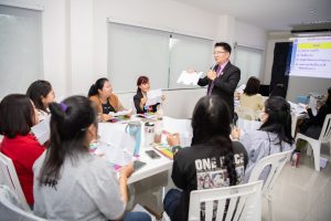 การฝึกอบรม ฝึกอบรม การอบรม อบรม การสัมมนา สัมมนา จัดสัมมนา การสอน สอน วิชา บรรยาย ปฏิบัติ ฝึกปฏิบัติ กิจกรรมกลุ่ม ประชุม ระดมสมอง อภิปราย รายงาน นำเสนอ train training seminar topic course outline proposal group brainstorming workshop discuss discussion content topic syllabus curriculum development วิชา เนื้อหา หัวข้อ รูปแบบ ผู้เข้าอบรม ห้องเรียน ห้องอบรม ห้องประชุม หลักสูตรหัวหน้างาน หลักสูตรพัฒนาหัวหน้างาน หลักสูตรหัวหน้างานยุคใหม่ การบริหาร management หัวหน้างาน supervisor การบังคับบัญชาสำหรับหัวหน้างาน supervisory บทบาทหัวหน้างาน บทบาทและหน้าที่หัวหน้างาน supervisory skill การแก้ปัญหาและตัดสินใจ problem solving problem solving and decision making การบริหารความขัดแย้ง conflict conflict management การเป็นผู้นำ leadership ผู้นำ leader โค้ช coach การสอนงาน coaching การสั่งการ การสั่งงาน directing การมอบหมายงาน delegation การควบคุมงาน controlling การจูงใจ การจูงใจผู้ใต้บังคับบัญชา การจูงใจลูกน้อง motivation การประเมินผลการปฏิบัติงาน performance appraisal การบริหารทรัพยากรบุคคล human resource management งานด้านบุคคล hr human resource การบริหารทรัพยากรมนุษย์ การพัฒนาบุคลากร แผนการฝึกอบรมประจำปี training training road map การรักษาบุคลากร engagement การรักษาคนเก่ง talent retention การคิดอย่างเป็นระบบ systematic thinking การคิดสร้างสรรค์ creative thinking การทำงานเป็นทีม team teamwork การสื่อสาร communication การประสานงาน cooperation การเจรจาต่อรอง negotiation การนำเสนอ present presentation presentation skill presentation technique การวางแผน plan planning การจัดลำดับความสำคัญของงาน priority setting การให้คำปรึกษา counseling การเป็นพี่เลี้ยง พี่เลี้ยง mentor mentoring การสัมภาษณ์พนักงาน interview interviewing ความฉลาดทางอารมณ์ E.Q. e.q. 5ส 5s การเพิ่มผลผลิต productivity การลดต้นทุน cost cost reduction การขาย sales การตลาด marketing การให้บริการ service service mind การบริหารลูกค้าสัมพันธ์ crm customer relationship management การบริหารเชิงกลยุทธ์ strategic management การวางแผนกลยุทธ์ strategic planning การกำหนดตัวชี้วัดในการทำงาน kpi การบริหารเวลา time management โหงวเฮ้ง kaizen บริษัท ไอเดียล อินโนเวชั่น จำกัด ไอเดียลอินโนเวชั่น วิชิต สุรพนานนท์ชัย ดร.วิชิต สุรพนานนท์ชัย วิทยากร อาจารย์ ด๊อกเตอร์ ดร. บริษัทวางระบบองค์กร วางระบบองค์กร วางระบบบริษัท รับวางระบบบริษัท บริษัทวางระบบ การวางระบบบริษัท บริษัทที่ปรึกษา บริษัทวางระบบด้านงานบุคคล ที่ปรึกษา งานที่ปรึกษา ที่ปรึกษาด้าน hr บริษัทที่ปรึกษาด้าน hr ที่ปรึกษา hr ปรึกษา hr ที่ปรึกษางาน hr ที่ปรึกษาด้านทรัพยากรบุคคล บริษัท hr consultant บริษัทที่ปรึกษาด้าน hrd ที่ปรึกษา hrd ปรึกษา hrd ที่ปรึกษางาน hrd บริษัทที่ปรึกษาธุรกิจ บริษัทที่ปรึกษาจำกัด ที่ปรึกษาองค์กร บริษัทรับวางระบบ วางระบบด้านงานบุคคล วางระบบด้านการบริหาร วางระบบด้าน hr งานด้าน hr ผู้เชี่ยวชาญด้าน hr ที่ปรึกษาด้านการขาย วางระบบด้านการขาย ที่ปรึกษาด้านการตลาด วางระบบด้านการตลาด ที่ปรึกษาด้านบัญชี วางระบบด้านบัญชี ที่ปรึกษาด้านการเงิน วางระบบด้านการเงิน ที่ปรึกษาด้านบริการ วางระบบด้านบริการ DeepSeek Gemini ChatGPT