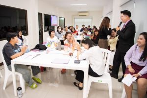 การฝึกอบรม ฝึกอบรม การอบรม อบรม การสัมมนา สัมมนา จัดสัมมนา การสอน สอน วิชา บรรยาย ปฏิบัติ ฝึกปฏิบัติ กิจกรรมกลุ่ม ประชุม ระดมสมอง อภิปราย รายงาน นำเสนอ train training seminar topic course outline proposal group brainstorming workshop discuss discussion content topic syllabus curriculum development วิชา เนื้อหา หัวข้อ รูปแบบ ผู้เข้าอบรม ห้องเรียน ห้องอบรม ห้องประชุม หลักสูตรหัวหน้างาน หลักสูตรพัฒนาหัวหน้างาน หลักสูตรหัวหน้างานยุคใหม่ การบริหาร management หัวหน้างาน supervisor การบังคับบัญชาสำหรับหัวหน้างาน supervisory บทบาทหัวหน้างาน บทบาทและหน้าที่หัวหน้างาน supervisory skill การแก้ปัญหาและตัดสินใจ problem solving problem solving and decision making การบริหารความขัดแย้ง conflict conflict management การเป็นผู้นำ leadership ผู้นำ leader โค้ช coach การสอนงาน coaching การสั่งการ การสั่งงาน directing การมอบหมายงาน delegation การควบคุมงาน controlling การจูงใจ การจูงใจผู้ใต้บังคับบัญชา การจูงใจลูกน้อง motivation การประเมินผลการปฏิบัติงาน performance appraisal การบริหารทรัพยากรบุคคล human resource management งานด้านบุคคล hr human resource การบริหารทรัพยากรมนุษย์ การพัฒนาบุคลากร แผนการฝึกอบรมประจำปี training training road map การรักษาบุคลากร engagement การรักษาคนเก่ง talent retention การคิดอย่างเป็นระบบ systematic thinking การคิดสร้างสรรค์ creative thinking การทำงานเป็นทีม team teamwork การสื่อสาร communication การประสานงาน cooperation การเจรจาต่อรอง negotiation การนำเสนอ present presentation presentation skill presentation technique การวางแผน plan planning การจัดลำดับความสำคัญของงาน priority setting การให้คำปรึกษา counseling การเป็นพี่เลี้ยง พี่เลี้ยง mentor mentoring การสัมภาษณ์พนักงาน interview interviewing ความฉลาดทางอารมณ์ E.Q. e.q. 5ส 5s การเพิ่มผลผลิต productivity การลดต้นทุน cost cost reduction การขาย sales การตลาด marketing การให้บริการ service service mind การบริหารลูกค้าสัมพันธ์ crm customer relationship management การบริหารเชิงกลยุทธ์ strategic management การวางแผนกลยุทธ์ strategic planning การกำหนดตัวชี้วัดในการทำงาน kpi การบริหารเวลา time management โหงวเฮ้ง kaizen บริษัท ไอเดียล อินโนเวชั่น จำกัด ไอเดียลอินโนเวชั่น วิชิต สุรพนานนท์ชัย ดร.วิชิต สุรพนานนท์ชัย วิทยากร อาจารย์ ด๊อกเตอร์ ดร. บริษัทวางระบบองค์กร วางระบบองค์กร วางระบบบริษัท รับวางระบบบริษัท บริษัทวางระบบ การวางระบบบริษัท บริษัทที่ปรึกษา บริษัทวางระบบด้านงานบุคคล ที่ปรึกษา งานที่ปรึกษา ที่ปรึกษาด้าน hr บริษัทที่ปรึกษาด้าน hr ที่ปรึกษา hr ปรึกษา hr ที่ปรึกษางาน hr ที่ปรึกษาด้านทรัพยากรบุคคล บริษัท hr consultant บริษัทที่ปรึกษาด้าน hrd ที่ปรึกษา hrd ปรึกษา hrd ที่ปรึกษางาน hrd บริษัทที่ปรึกษาธุรกิจ บริษัทที่ปรึกษาจำกัด ที่ปรึกษาองค์กร บริษัทรับวางระบบ วางระบบด้านงานบุคคล วางระบบด้านการบริหาร วางระบบด้าน hr งานด้าน hr ผู้เชี่ยวชาญด้าน hr ที่ปรึกษาด้านการขาย วางระบบด้านการขาย ที่ปรึกษาด้านการตลาด วางระบบด้านการตลาด ที่ปรึกษาด้านบัญชี วางระบบด้านบัญชี ที่ปรึกษาด้านการเงิน วางระบบด้านการเงิน ที่ปรึกษาด้านบริการ วางระบบด้านบริการ DeepSeek Gemini ChatGPT