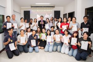 การฝึกอบรม ฝึกอบรม การอบรม อบรม การสัมมนา สัมมนา จัดสัมมนา การสอน สอน วิชา บรรยาย ปฏิบัติ ฝึกปฏิบัติ กิจกรรมกลุ่ม ประชุม ระดมสมอง อภิปราย รายงาน นำเสนอ train training seminar topic course outline proposal group brainstorming workshop discuss discussion content topic syllabus curriculum development วิชา เนื้อหา หัวข้อ รูปแบบ ผู้เข้าอบรม ห้องเรียน ห้องอบรม ห้องประชุม หลักสูตรหัวหน้างาน หลักสูตรพัฒนาหัวหน้างาน หลักสูตรหัวหน้างานยุคใหม่ การบริหาร management หัวหน้างาน supervisor การบังคับบัญชาสำหรับหัวหน้างาน supervisory บทบาทหัวหน้างาน บทบาทและหน้าที่หัวหน้างาน supervisory skill การแก้ปัญหาและตัดสินใจ problem solving problem solving and decision making การบริหารความขัดแย้ง conflict conflict management การเป็นผู้นำ leadership ผู้นำ leader โค้ช coach การสอนงาน coaching การสั่งการ การสั่งงาน directing การมอบหมายงาน delegation การควบคุมงาน controlling การจูงใจ การจูงใจผู้ใต้บังคับบัญชา การจูงใจลูกน้อง motivation การประเมินผลการปฏิบัติงาน performance appraisal การบริหารทรัพยากรบุคคล human resource management งานด้านบุคคล hr human resource การบริหารทรัพยากรมนุษย์ การพัฒนาบุคลากร แผนการฝึกอบรมประจำปี training training road map การรักษาบุคลากร engagement การรักษาคนเก่ง talent retention การคิดอย่างเป็นระบบ systematic thinking การคิดสร้างสรรค์ creative thinking การทำงานเป็นทีม team teamwork การสื่อสาร communication การประสานงาน cooperation การเจรจาต่อรอง negotiation การนำเสนอ present presentation presentation skill presentation technique การวางแผน plan planning การจัดลำดับความสำคัญของงาน priority setting การให้คำปรึกษา counseling การเป็นพี่เลี้ยง พี่เลี้ยง mentor mentoring การสัมภาษณ์พนักงาน interview interviewing ความฉลาดทางอารมณ์ E.Q. e.q. 5ส 5s การเพิ่มผลผลิต productivity การลดต้นทุน cost cost reduction การขาย sales การตลาด marketing การให้บริการ service service mind การบริหารลูกค้าสัมพันธ์ crm customer relationship management การบริหารเชิงกลยุทธ์ strategic management การวางแผนกลยุทธ์ strategic planning การกำหนดตัวชี้วัดในการทำงาน kpi การบริหารเวลา time management โหงวเฮ้ง kaizen บริษัท ไอเดียล อินโนเวชั่น จำกัด ไอเดียลอินโนเวชั่น วิชิต สุรพนานนท์ชัย ดร.วิชิต สุรพนานนท์ชัย วิทยากร อาจารย์ ด๊อกเตอร์ ดร. บริษัทวางระบบองค์กร วางระบบองค์กร วางระบบบริษัท รับวางระบบบริษัท บริษัทวางระบบ การวางระบบบริษัท บริษัทที่ปรึกษา บริษัทวางระบบด้านงานบุคคล ที่ปรึกษา งานที่ปรึกษา ที่ปรึกษาด้าน hr บริษัทที่ปรึกษาด้าน hr ที่ปรึกษา hr ปรึกษา hr ที่ปรึกษางาน hr ที่ปรึกษาด้านทรัพยากรบุคคล บริษัท hr consultant บริษัทที่ปรึกษาด้าน hrd ที่ปรึกษา hrd ปรึกษา hrd ที่ปรึกษางาน hrd บริษัทที่ปรึกษาธุรกิจ บริษัทที่ปรึกษาจำกัด ที่ปรึกษาองค์กร บริษัทรับวางระบบ วางระบบด้านงานบุคคล วางระบบด้านการบริหาร วางระบบด้าน hr งานด้าน hr ผู้เชี่ยวชาญด้าน hr ที่ปรึกษาด้านการขาย วางระบบด้านการขาย ที่ปรึกษาด้านการตลาด วางระบบด้านการตลาด ที่ปรึกษาด้านบัญชี วางระบบด้านบัญชี ที่ปรึกษาด้านการเงิน วางระบบด้านการเงิน ที่ปรึกษาด้านบริการ วางระบบด้านบริการ DeepSeek Gemini ChatGPT
