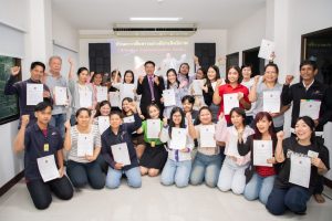 การฝึกอบรม ฝึกอบรม การอบรม อบรม การสัมมนา สัมมนา จัดสัมมนา การสอน สอน วิชา บรรยาย ปฏิบัติ ฝึกปฏิบัติ กิจกรรมกลุ่ม ประชุม ระดมสมอง อภิปราย รายงาน นำเสนอ train training seminar topic course outline proposal group brainstorming workshop discuss discussion content topic syllabus curriculum development วิชา เนื้อหา หัวข้อ รูปแบบ ผู้เข้าอบรม ห้องเรียน ห้องอบรม ห้องประชุม หลักสูตรหัวหน้างาน หลักสูตรพัฒนาหัวหน้างาน หลักสูตรหัวหน้างานยุคใหม่ การบริหาร management หัวหน้างาน supervisor การบังคับบัญชาสำหรับหัวหน้างาน supervisory บทบาทหัวหน้างาน บทบาทและหน้าที่หัวหน้างาน supervisory skill การแก้ปัญหาและตัดสินใจ problem solving problem solving and decision making การบริหารความขัดแย้ง conflict conflict management การเป็นผู้นำ leadership ผู้นำ leader โค้ช coach การสอนงาน coaching การสั่งการ การสั่งงาน directing การมอบหมายงาน delegation การควบคุมงาน controlling การจูงใจ การจูงใจผู้ใต้บังคับบัญชา การจูงใจลูกน้อง motivation การประเมินผลการปฏิบัติงาน performance appraisal การบริหารทรัพยากรบุคคล human resource management งานด้านบุคคล hr human resource การบริหารทรัพยากรมนุษย์ การพัฒนาบุคลากร แผนการฝึกอบรมประจำปี training training road map การรักษาบุคลากร engagement การรักษาคนเก่ง talent retention การคิดอย่างเป็นระบบ systematic thinking การคิดสร้างสรรค์ creative thinking การทำงานเป็นทีม team teamwork การสื่อสาร communication การประสานงาน cooperation การเจรจาต่อรอง negotiation การนำเสนอ present presentation presentation skill presentation technique การวางแผน plan planning การจัดลำดับความสำคัญของงาน priority setting การให้คำปรึกษา counseling การเป็นพี่เลี้ยง พี่เลี้ยง mentor mentoring การสัมภาษณ์พนักงาน interview interviewing ความฉลาดทางอารมณ์ E.Q. e.q. 5ส 5s การเพิ่มผลผลิต productivity การลดต้นทุน cost cost reduction การขาย sales การตลาด marketing การให้บริการ service service mind การบริหารลูกค้าสัมพันธ์ crm customer relationship management การบริหารเชิงกลยุทธ์ strategic management การวางแผนกลยุทธ์ strategic planning การกำหนดตัวชี้วัดในการทำงาน kpi การบริหารเวลา time management โหงวเฮ้ง kaizen บริษัท ไอเดียล อินโนเวชั่น จำกัด ไอเดียลอินโนเวชั่น วิชิต สุรพนานนท์ชัย ดร.วิชิต สุรพนานนท์ชัย วิทยากร อาจารย์ ด๊อกเตอร์ ดร. บริษัทวางระบบองค์กร วางระบบองค์กร วางระบบบริษัท รับวางระบบบริษัท บริษัทวางระบบ การวางระบบบริษัท บริษัทที่ปรึกษา บริษัทวางระบบด้านงานบุคคล ที่ปรึกษา งานที่ปรึกษา ที่ปรึกษาด้าน hr บริษัทที่ปรึกษาด้าน hr ที่ปรึกษา hr ปรึกษา hr ที่ปรึกษางาน hr ที่ปรึกษาด้านทรัพยากรบุคคล บริษัท hr consultant บริษัทที่ปรึกษาด้าน hrd ที่ปรึกษา hrd ปรึกษา hrd ที่ปรึกษางาน hrd บริษัทที่ปรึกษาธุรกิจ บริษัทที่ปรึกษาจำกัด ที่ปรึกษาองค์กร บริษัทรับวางระบบ วางระบบด้านงานบุคคล วางระบบด้านการบริหาร วางระบบด้าน hr งานด้าน hr ผู้เชี่ยวชาญด้าน hr ที่ปรึกษาด้านการขาย วางระบบด้านการขาย ที่ปรึกษาด้านการตลาด วางระบบด้านการตลาด ที่ปรึกษาด้านบัญชี วางระบบด้านบัญชี ที่ปรึกษาด้านการเงิน วางระบบด้านการเงิน ที่ปรึกษาด้านบริการ วางระบบด้านบริการ DeepSeek Gemini ChatGPT