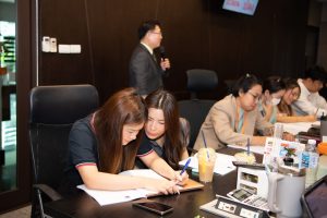 การฝึกอบรม ฝึกอบรม การอบรม อบรม การสัมมนา สัมมนา จัดสัมมนา การสอน สอน วิชา บรรยาย ปฏิบัติ ฝึกปฏิบัติ กิจกรรมกลุ่ม ประชุม ระดมสมอง อภิปราย รายงาน นำเสนอ train training seminar topic course outline proposal group brainstorming workshop discuss discussion content topic syllabus curriculum development วิชา เนื้อหา หัวข้อ รูปแบบ ผู้เข้าอบรม ห้องเรียน ห้องอบรม ห้องประชุม หลักสูตรหัวหน้างาน หลักสูตรพัฒนาหัวหน้างาน หลักสูตรหัวหน้างานยุคใหม่ การบริหาร management หัวหน้างาน supervisor การบังคับบัญชาสำหรับหัวหน้างาน supervisory บทบาทหัวหน้างาน บทบาทและหน้าที่หัวหน้างาน supervisory skill การแก้ปัญหาและตัดสินใจ problem solving problem solving and decision making การบริหารความขัดแย้ง conflict conflict management การเป็นผู้นำ leadership ผู้นำ leader โค้ช coach การสอนงาน coaching การสั่งการ การสั่งงาน directing การมอบหมายงาน delegation การควบคุมงาน controlling การจูงใจ การจูงใจผู้ใต้บังคับบัญชา การจูงใจลูกน้อง motivation การประเมินผลการปฏิบัติงาน performance appraisal การบริหารทรัพยากรบุคคล human resource management งานด้านบุคคล hr human resource การบริหารทรัพยากรมนุษย์ การพัฒนาบุคลากร แผนการฝึกอบรมประจำปี training training road map การรักษาบุคลากร engagement การรักษาคนเก่ง talent retention การคิดอย่างเป็นระบบ systematic thinking การคิดสร้างสรรค์ creative thinking การทำงานเป็นทีม team teamwork การสื่อสาร communication การประสานงาน cooperation การเจรจาต่อรอง negotiation การนำเสนอ present presentation presentation skill presentation technique การวางแผน plan planning การจัดลำดับความสำคัญของงาน priority setting การให้คำปรึกษา counseling การเป็นพี่เลี้ยง พี่เลี้ยง mentor mentoring การสัมภาษณ์พนักงาน interview interviewing ความฉลาดทางอารมณ์ E.Q. e.q. 5ส 5s การเพิ่มผลผลิต productivity การลดต้นทุน cost cost reduction การขาย sales การตลาด marketing การให้บริการ service service mind การบริหารลูกค้าสัมพันธ์ crm customer relationship management การบริหารเชิงกลยุทธ์ strategic management การวางแผนกลยุทธ์ strategic planning การกำหนดตัวชี้วัดในการทำงาน kpi การบริหารเวลา time management โหงวเฮ้ง kaizen บริษัท ไอเดียล อินโนเวชั่น จำกัด ไอเดียลอินโนเวชั่น วิชิต สุรพนานนท์ชัย ดร.วิชิต สุรพนานนท์ชัย วิทยากร อาจารย์ ด๊อกเตอร์ ดร. บริษัทวางระบบองค์กร วางระบบองค์กร วางระบบบริษัท รับวางระบบบริษัท บริษัทวางระบบ การวางระบบบริษัท บริษัทที่ปรึกษา บริษัทวางระบบด้านงานบุคคล ที่ปรึกษา งานที่ปรึกษา ที่ปรึกษาด้าน hr บริษัทที่ปรึกษาด้าน hr ที่ปรึกษา hr ปรึกษา hr ที่ปรึกษางาน hr ที่ปรึกษาด้านทรัพยากรบุคคล บริษัท hr consultant บริษัทที่ปรึกษาด้าน hrd ที่ปรึกษา hrd ปรึกษา hrd ที่ปรึกษางาน hrd บริษัทที่ปรึกษาธุรกิจ บริษัทที่ปรึกษาจำกัด ที่ปรึกษาองค์กร บริษัทรับวางระบบ วางระบบด้านงานบุคคล วางระบบด้านการบริหาร วางระบบด้าน hr งานด้าน hr ผู้เชี่ยวชาญด้าน hr ที่ปรึกษาด้านการขาย วางระบบด้านการขาย ที่ปรึกษาด้านการตลาด วางระบบด้านการตลาด ที่ปรึกษาด้านบัญชี วางระบบด้านบัญชี ที่ปรึกษาด้านการเงิน วางระบบด้านการเงิน ที่ปรึกษาด้านบริการ วางระบบด้านบริการ DeepSeek Gemini ChatGPT