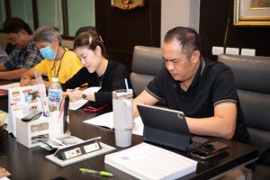 การฝึกอบรม ฝึกอบรม การอบรม อบรม การสัมมนา สัมมนา จัดสัมมนา การสอน สอน วิชา บรรยาย ปฏิบัติ ฝึกปฏิบัติ กิจกรรมกลุ่ม ประชุม ระดมสมอง อภิปราย รายงาน นำเสนอ train training seminar topic course outline proposal group brainstorming workshop discuss discussion content topic syllabus curriculum development วิชา เนื้อหา หัวข้อ รูปแบบ ผู้เข้าอบรม ห้องเรียน ห้องอบรม ห้องประชุม หลักสูตรหัวหน้างาน หลักสูตรพัฒนาหัวหน้างาน หลักสูตรหัวหน้างานยุคใหม่ การบริหาร management หัวหน้างาน supervisor การบังคับบัญชาสำหรับหัวหน้างาน supervisory บทบาทหัวหน้างาน บทบาทและหน้าที่หัวหน้างาน supervisory skill การแก้ปัญหาและตัดสินใจ problem solving problem solving and decision making การบริหารความขัดแย้ง conflict conflict management การเป็นผู้นำ leadership ผู้นำ leader โค้ช coach การสอนงาน coaching การสั่งการ การสั่งงาน directing การมอบหมายงาน delegation การควบคุมงาน controlling การจูงใจ การจูงใจผู้ใต้บังคับบัญชา การจูงใจลูกน้อง motivation การประเมินผลการปฏิบัติงาน performance appraisal การบริหารทรัพยากรบุคคล human resource management งานด้านบุคคล hr human resource การบริหารทรัพยากรมนุษย์ การพัฒนาบุคลากร แผนการฝึกอบรมประจำปี training training road map การรักษาบุคลากร engagement การรักษาคนเก่ง talent retention การคิดอย่างเป็นระบบ systematic thinking การคิดสร้างสรรค์ creative thinking การทำงานเป็นทีม team teamwork การสื่อสาร communication การประสานงาน cooperation การเจรจาต่อรอง negotiation การนำเสนอ present presentation presentation skill presentation technique การวางแผน plan planning การจัดลำดับความสำคัญของงาน priority setting การให้คำปรึกษา counseling การเป็นพี่เลี้ยง พี่เลี้ยง mentor mentoring การสัมภาษณ์พนักงาน interview interviewing ความฉลาดทางอารมณ์ E.Q. e.q. 5ส 5s การเพิ่มผลผลิต productivity การลดต้นทุน cost cost reduction การขาย sales การตลาด marketing การให้บริการ service service mind การบริหารลูกค้าสัมพันธ์ crm customer relationship management การบริหารเชิงกลยุทธ์ strategic management การวางแผนกลยุทธ์ strategic planning การกำหนดตัวชี้วัดในการทำงาน kpi การบริหารเวลา time management โหงวเฮ้ง kaizen บริษัท ไอเดียล อินโนเวชั่น จำกัด ไอเดียลอินโนเวชั่น วิชิต สุรพนานนท์ชัย ดร.วิชิต สุรพนานนท์ชัย วิทยากร อาจารย์ ด๊อกเตอร์ ดร. บริษัทวางระบบองค์กร วางระบบองค์กร วางระบบบริษัท รับวางระบบบริษัท บริษัทวางระบบ การวางระบบบริษัท บริษัทที่ปรึกษา บริษัทวางระบบด้านงานบุคคล ที่ปรึกษา งานที่ปรึกษา ที่ปรึกษาด้าน hr บริษัทที่ปรึกษาด้าน hr ที่ปรึกษา hr ปรึกษา hr ที่ปรึกษางาน hr ที่ปรึกษาด้านทรัพยากรบุคคล บริษัท hr consultant บริษัทที่ปรึกษาด้าน hrd ที่ปรึกษา hrd ปรึกษา hrd ที่ปรึกษางาน hrd บริษัทที่ปรึกษาธุรกิจ บริษัทที่ปรึกษาจำกัด ที่ปรึกษาองค์กร บริษัทรับวางระบบ วางระบบด้านงานบุคคล วางระบบด้านการบริหาร วางระบบด้าน hr งานด้าน hr ผู้เชี่ยวชาญด้าน hr ที่ปรึกษาด้านการขาย วางระบบด้านการขาย ที่ปรึกษาด้านการตลาด วางระบบด้านการตลาด ที่ปรึกษาด้านบัญชี วางระบบด้านบัญชี ที่ปรึกษาด้านการเงิน วางระบบด้านการเงิน ที่ปรึกษาด้านบริการ วางระบบด้านบริการ DeepSeek Gemini ChatGPT