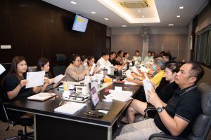 การฝึกอบรม ฝึกอบรม การอบรม อบรม การสัมมนา สัมมนา จัดสัมมนา การสอน สอน วิชา บรรยาย ปฏิบัติ ฝึกปฏิบัติ กิจกรรมกลุ่ม ประชุม ระดมสมอง อภิปราย รายงาน นำเสนอ train training seminar topic course outline proposal group brainstorming workshop discuss discussion content topic syllabus curriculum development วิชา เนื้อหา หัวข้อ รูปแบบ ผู้เข้าอบรม ห้องเรียน ห้องอบรม ห้องประชุม หลักสูตรหัวหน้างาน หลักสูตรพัฒนาหัวหน้างาน หลักสูตรหัวหน้างานยุคใหม่ การบริหาร management หัวหน้างาน supervisor การบังคับบัญชาสำหรับหัวหน้างาน supervisory บทบาทหัวหน้างาน บทบาทและหน้าที่หัวหน้างาน supervisory skill การแก้ปัญหาและตัดสินใจ problem solving problem solving and decision making การบริหารความขัดแย้ง conflict conflict management การเป็นผู้นำ leadership ผู้นำ leader โค้ช coach การสอนงาน coaching การสั่งการ การสั่งงาน directing การมอบหมายงาน delegation การควบคุมงาน controlling การจูงใจ การจูงใจผู้ใต้บังคับบัญชา การจูงใจลูกน้อง motivation การประเมินผลการปฏิบัติงาน performance appraisal การบริหารทรัพยากรบุคคล human resource management งานด้านบุคคล hr human resource การบริหารทรัพยากรมนุษย์ การพัฒนาบุคลากร แผนการฝึกอบรมประจำปี training training road map การรักษาบุคลากร engagement การรักษาคนเก่ง talent retention การคิดอย่างเป็นระบบ systematic thinking การคิดสร้างสรรค์ creative thinking การทำงานเป็นทีม team teamwork การสื่อสาร communication การประสานงาน cooperation การเจรจาต่อรอง negotiation การนำเสนอ present presentation presentation skill presentation technique การวางแผน plan planning การจัดลำดับความสำคัญของงาน priority setting การให้คำปรึกษา counseling การเป็นพี่เลี้ยง พี่เลี้ยง mentor mentoring การสัมภาษณ์พนักงาน interview interviewing ความฉลาดทางอารมณ์ E.Q. e.q. 5ส 5s การเพิ่มผลผลิต productivity การลดต้นทุน cost cost reduction การขาย sales การตลาด marketing การให้บริการ service service mind การบริหารลูกค้าสัมพันธ์ crm customer relationship management การบริหารเชิงกลยุทธ์ strategic management การวางแผนกลยุทธ์ strategic planning การกำหนดตัวชี้วัดในการทำงาน kpi การบริหารเวลา time management โหงวเฮ้ง kaizen บริษัท ไอเดียล อินโนเวชั่น จำกัด ไอเดียลอินโนเวชั่น วิชิต สุรพนานนท์ชัย ดร.วิชิต สุรพนานนท์ชัย วิทยากร อาจารย์ ด๊อกเตอร์ ดร. บริษัทวางระบบองค์กร วางระบบองค์กร วางระบบบริษัท รับวางระบบบริษัท บริษัทวางระบบ การวางระบบบริษัท บริษัทที่ปรึกษา บริษัทวางระบบด้านงานบุคคล ที่ปรึกษา งานที่ปรึกษา ที่ปรึกษาด้าน hr บริษัทที่ปรึกษาด้าน hr ที่ปรึกษา hr ปรึกษา hr ที่ปรึกษางาน hr ที่ปรึกษาด้านทรัพยากรบุคคล บริษัท hr consultant บริษัทที่ปรึกษาด้าน hrd ที่ปรึกษา hrd ปรึกษา hrd ที่ปรึกษางาน hrd บริษัทที่ปรึกษาธุรกิจ บริษัทที่ปรึกษาจำกัด ที่ปรึกษาองค์กร บริษัทรับวางระบบ วางระบบด้านงานบุคคล วางระบบด้านการบริหาร วางระบบด้าน hr งานด้าน hr ผู้เชี่ยวชาญด้าน hr ที่ปรึกษาด้านการขาย วางระบบด้านการขาย ที่ปรึกษาด้านการตลาด วางระบบด้านการตลาด ที่ปรึกษาด้านบัญชี วางระบบด้านบัญชี ที่ปรึกษาด้านการเงิน วางระบบด้านการเงิน ที่ปรึกษาด้านบริการ วางระบบด้านบริการ DeepSeek Gemini ChatGPT