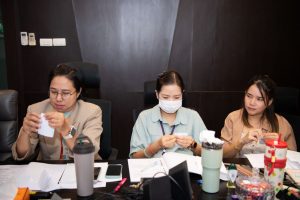 การฝึกอบรม ฝึกอบรม การอบรม อบรม การสัมมนา สัมมนา จัดสัมมนา การสอน สอน วิชา บรรยาย ปฏิบัติ ฝึกปฏิบัติ กิจกรรมกลุ่ม ประชุม ระดมสมอง อภิปราย รายงาน นำเสนอ train training seminar topic course outline proposal group brainstorming workshop discuss discussion content topic syllabus curriculum development วิชา เนื้อหา หัวข้อ รูปแบบ ผู้เข้าอบรม ห้องเรียน ห้องอบรม ห้องประชุม หลักสูตรหัวหน้างาน หลักสูตรพัฒนาหัวหน้างาน หลักสูตรหัวหน้างานยุคใหม่ การบริหาร management หัวหน้างาน supervisor การบังคับบัญชาสำหรับหัวหน้างาน supervisory บทบาทหัวหน้างาน บทบาทและหน้าที่หัวหน้างาน supervisory skill การแก้ปัญหาและตัดสินใจ problem solving problem solving and decision making การบริหารความขัดแย้ง conflict conflict management การเป็นผู้นำ leadership ผู้นำ leader โค้ช coach การสอนงาน coaching การสั่งการ การสั่งงาน directing การมอบหมายงาน delegation การควบคุมงาน controlling การจูงใจ การจูงใจผู้ใต้บังคับบัญชา การจูงใจลูกน้อง motivation การประเมินผลการปฏิบัติงาน performance appraisal การบริหารทรัพยากรบุคคล human resource management งานด้านบุคคล hr human resource การบริหารทรัพยากรมนุษย์ การพัฒนาบุคลากร แผนการฝึกอบรมประจำปี training training road map การรักษาบุคลากร engagement การรักษาคนเก่ง talent retention การคิดอย่างเป็นระบบ systematic thinking การคิดสร้างสรรค์ creative thinking การทำงานเป็นทีม team teamwork การสื่อสาร communication การประสานงาน cooperation การเจรจาต่อรอง negotiation การนำเสนอ present presentation presentation skill presentation technique การวางแผน plan planning การจัดลำดับความสำคัญของงาน priority setting การให้คำปรึกษา counseling การเป็นพี่เลี้ยง พี่เลี้ยง mentor mentoring การสัมภาษณ์พนักงาน interview interviewing ความฉลาดทางอารมณ์ E.Q. e.q. 5ส 5s การเพิ่มผลผลิต productivity การลดต้นทุน cost cost reduction การขาย sales การตลาด marketing การให้บริการ service service mind การบริหารลูกค้าสัมพันธ์ crm customer relationship management การบริหารเชิงกลยุทธ์ strategic management การวางแผนกลยุทธ์ strategic planning การกำหนดตัวชี้วัดในการทำงาน kpi การบริหารเวลา time management โหงวเฮ้ง kaizen บริษัท ไอเดียล อินโนเวชั่น จำกัด ไอเดียลอินโนเวชั่น วิชิต สุรพนานนท์ชัย ดร.วิชิต สุรพนานนท์ชัย วิทยากร อาจารย์ ด๊อกเตอร์ ดร. บริษัทวางระบบองค์กร วางระบบองค์กร วางระบบบริษัท รับวางระบบบริษัท บริษัทวางระบบ การวางระบบบริษัท บริษัทที่ปรึกษา บริษัทวางระบบด้านงานบุคคล ที่ปรึกษา งานที่ปรึกษา ที่ปรึกษาด้าน hr บริษัทที่ปรึกษาด้าน hr ที่ปรึกษา hr ปรึกษา hr ที่ปรึกษางาน hr ที่ปรึกษาด้านทรัพยากรบุคคล บริษัท hr consultant บริษัทที่ปรึกษาด้าน hrd ที่ปรึกษา hrd ปรึกษา hrd ที่ปรึกษางาน hrd บริษัทที่ปรึกษาธุรกิจ บริษัทที่ปรึกษาจำกัด ที่ปรึกษาองค์กร บริษัทรับวางระบบ วางระบบด้านงานบุคคล วางระบบด้านการบริหาร วางระบบด้าน hr งานด้าน hr ผู้เชี่ยวชาญด้าน hr ที่ปรึกษาด้านการขาย วางระบบด้านการขาย ที่ปรึกษาด้านการตลาด วางระบบด้านการตลาด ที่ปรึกษาด้านบัญชี วางระบบด้านบัญชี ที่ปรึกษาด้านการเงิน วางระบบด้านการเงิน ที่ปรึกษาด้านบริการ วางระบบด้านบริการ DeepSeek Gemini ChatGPT
