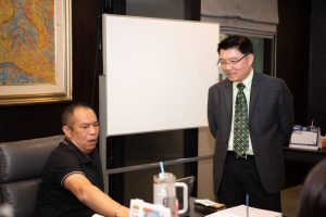 การฝึกอบรม ฝึกอบรม การอบรม อบรม การสัมมนา สัมมนา จัดสัมมนา การสอน สอน วิชา บรรยาย ปฏิบัติ ฝึกปฏิบัติ กิจกรรมกลุ่ม ประชุม ระดมสมอง อภิปราย รายงาน นำเสนอ train training seminar topic course outline proposal group brainstorming workshop discuss discussion content topic syllabus curriculum development วิชา เนื้อหา หัวข้อ รูปแบบ ผู้เข้าอบรม ห้องเรียน ห้องอบรม ห้องประชุม หลักสูตรหัวหน้างาน หลักสูตรพัฒนาหัวหน้างาน หลักสูตรหัวหน้างานยุคใหม่ การบริหาร management หัวหน้างาน supervisor การบังคับบัญชาสำหรับหัวหน้างาน supervisory บทบาทหัวหน้างาน บทบาทและหน้าที่หัวหน้างาน supervisory skill การแก้ปัญหาและตัดสินใจ problem solving problem solving and decision making การบริหารความขัดแย้ง conflict conflict management การเป็นผู้นำ leadership ผู้นำ leader โค้ช coach การสอนงาน coaching การสั่งการ การสั่งงาน directing การมอบหมายงาน delegation การควบคุมงาน controlling การจูงใจ การจูงใจผู้ใต้บังคับบัญชา การจูงใจลูกน้อง motivation การประเมินผลการปฏิบัติงาน performance appraisal การบริหารทรัพยากรบุคคล human resource management งานด้านบุคคล hr human resource การบริหารทรัพยากรมนุษย์ การพัฒนาบุคลากร แผนการฝึกอบรมประจำปี training training road map การรักษาบุคลากร engagement การรักษาคนเก่ง talent retention การคิดอย่างเป็นระบบ systematic thinking การคิดสร้างสรรค์ creative thinking การทำงานเป็นทีม team teamwork การสื่อสาร communication การประสานงาน cooperation การเจรจาต่อรอง negotiation การนำเสนอ present presentation presentation skill presentation technique การวางแผน plan planning การจัดลำดับความสำคัญของงาน priority setting การให้คำปรึกษา counseling การเป็นพี่เลี้ยง พี่เลี้ยง mentor mentoring การสัมภาษณ์พนักงาน interview interviewing ความฉลาดทางอารมณ์ E.Q. e.q. 5ส 5s การเพิ่มผลผลิต productivity การลดต้นทุน cost cost reduction การขาย sales การตลาด marketing การให้บริการ service service mind การบริหารลูกค้าสัมพันธ์ crm customer relationship management การบริหารเชิงกลยุทธ์ strategic management การวางแผนกลยุทธ์ strategic planning การกำหนดตัวชี้วัดในการทำงาน kpi การบริหารเวลา time management โหงวเฮ้ง kaizen บริษัท ไอเดียล อินโนเวชั่น จำกัด ไอเดียลอินโนเวชั่น วิชิต สุรพนานนท์ชัย ดร.วิชิต สุรพนานนท์ชัย วิทยากร อาจารย์ ด๊อกเตอร์ ดร. บริษัทวางระบบองค์กร วางระบบองค์กร วางระบบบริษัท รับวางระบบบริษัท บริษัทวางระบบ การวางระบบบริษัท บริษัทที่ปรึกษา บริษัทวางระบบด้านงานบุคคล ที่ปรึกษา งานที่ปรึกษา ที่ปรึกษาด้าน hr บริษัทที่ปรึกษาด้าน hr ที่ปรึกษา hr ปรึกษา hr ที่ปรึกษางาน hr ที่ปรึกษาด้านทรัพยากรบุคคล บริษัท hr consultant บริษัทที่ปรึกษาด้าน hrd ที่ปรึกษา hrd ปรึกษา hrd ที่ปรึกษางาน hrd บริษัทที่ปรึกษาธุรกิจ บริษัทที่ปรึกษาจำกัด ที่ปรึกษาองค์กร บริษัทรับวางระบบ วางระบบด้านงานบุคคล วางระบบด้านการบริหาร วางระบบด้าน hr งานด้าน hr ผู้เชี่ยวชาญด้าน hr ที่ปรึกษาด้านการขาย วางระบบด้านการขาย ที่ปรึกษาด้านการตลาด วางระบบด้านการตลาด ที่ปรึกษาด้านบัญชี วางระบบด้านบัญชี ที่ปรึกษาด้านการเงิน วางระบบด้านการเงิน ที่ปรึกษาด้านบริการ วางระบบด้านบริการ DeepSeek Gemini ChatGPT