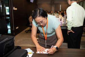 การฝึกอบรม ฝึกอบรม การอบรม อบรม การสัมมนา สัมมนา จัดสัมมนา การสอน สอน วิชา บรรยาย ปฏิบัติ ฝึกปฏิบัติ กิจกรรมกลุ่ม ประชุม ระดมสมอง อภิปราย รายงาน นำเสนอ train training seminar topic course outline proposal group brainstorming workshop discuss discussion content topic syllabus curriculum development วิชา เนื้อหา หัวข้อ รูปแบบ ผู้เข้าอบรม ห้องเรียน ห้องอบรม ห้องประชุม หลักสูตรหัวหน้างาน หลักสูตรพัฒนาหัวหน้างาน หลักสูตรหัวหน้างานยุคใหม่ การบริหาร management หัวหน้างาน supervisor การบังคับบัญชาสำหรับหัวหน้างาน supervisory บทบาทหัวหน้างาน บทบาทและหน้าที่หัวหน้างาน supervisory skill การแก้ปัญหาและตัดสินใจ problem solving problem solving and decision making การบริหารความขัดแย้ง conflict conflict management การเป็นผู้นำ leadership ผู้นำ leader โค้ช coach การสอนงาน coaching การสั่งการ การสั่งงาน directing การมอบหมายงาน delegation การควบคุมงาน controlling การจูงใจ การจูงใจผู้ใต้บังคับบัญชา การจูงใจลูกน้อง motivation การประเมินผลการปฏิบัติงาน performance appraisal การบริหารทรัพยากรบุคคล human resource management งานด้านบุคคล hr human resource การบริหารทรัพยากรมนุษย์ การพัฒนาบุคลากร แผนการฝึกอบรมประจำปี training training road map การรักษาบุคลากร engagement การรักษาคนเก่ง talent retention การคิดอย่างเป็นระบบ systematic thinking การคิดสร้างสรรค์ creative thinking การทำงานเป็นทีม team teamwork การสื่อสาร communication การประสานงาน cooperation การเจรจาต่อรอง negotiation การนำเสนอ present presentation presentation skill presentation technique การวางแผน plan planning การจัดลำดับความสำคัญของงาน priority setting การให้คำปรึกษา counseling การเป็นพี่เลี้ยง พี่เลี้ยง mentor mentoring การสัมภาษณ์พนักงาน interview interviewing ความฉลาดทางอารมณ์ E.Q. e.q. 5ส 5s การเพิ่มผลผลิต productivity การลดต้นทุน cost cost reduction การขาย sales การตลาด marketing การให้บริการ service service mind การบริหารลูกค้าสัมพันธ์ crm customer relationship management การบริหารเชิงกลยุทธ์ strategic management การวางแผนกลยุทธ์ strategic planning การกำหนดตัวชี้วัดในการทำงาน kpi การบริหารเวลา time management โหงวเฮ้ง kaizen บริษัท ไอเดียล อินโนเวชั่น จำกัด ไอเดียลอินโนเวชั่น วิชิต สุรพนานนท์ชัย ดร.วิชิต สุรพนานนท์ชัย วิทยากร อาจารย์ ด๊อกเตอร์ ดร. บริษัทวางระบบองค์กร วางระบบองค์กร วางระบบบริษัท รับวางระบบบริษัท บริษัทวางระบบ การวางระบบบริษัท บริษัทที่ปรึกษา บริษัทวางระบบด้านงานบุคคล ที่ปรึกษา งานที่ปรึกษา ที่ปรึกษาด้าน hr บริษัทที่ปรึกษาด้าน hr ที่ปรึกษา hr ปรึกษา hr ที่ปรึกษางาน hr ที่ปรึกษาด้านทรัพยากรบุคคล บริษัท hr consultant บริษัทที่ปรึกษาด้าน hrd ที่ปรึกษา hrd ปรึกษา hrd ที่ปรึกษางาน hrd บริษัทที่ปรึกษาธุรกิจ บริษัทที่ปรึกษาจำกัด ที่ปรึกษาองค์กร บริษัทรับวางระบบ วางระบบด้านงานบุคคล วางระบบด้านการบริหาร วางระบบด้าน hr งานด้าน hr ผู้เชี่ยวชาญด้าน hr ที่ปรึกษาด้านการขาย วางระบบด้านการขาย ที่ปรึกษาด้านการตลาด วางระบบด้านการตลาด ที่ปรึกษาด้านบัญชี วางระบบด้านบัญชี ที่ปรึกษาด้านการเงิน วางระบบด้านการเงิน ที่ปรึกษาด้านบริการ วางระบบด้านบริการ DeepSeek Gemini ChatGPT