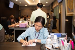 การฝึกอบรม ฝึกอบรม การอบรม อบรม การสัมมนา สัมมนา จัดสัมมนา การสอน สอน วิชา บรรยาย ปฏิบัติ ฝึกปฏิบัติ กิจกรรมกลุ่ม ประชุม ระดมสมอง อภิปราย รายงาน นำเสนอ train training seminar topic course outline proposal group brainstorming workshop discuss discussion content topic syllabus curriculum development วิชา เนื้อหา หัวข้อ รูปแบบ ผู้เข้าอบรม ห้องเรียน ห้องอบรม ห้องประชุม หลักสูตรหัวหน้างาน หลักสูตรพัฒนาหัวหน้างาน หลักสูตรหัวหน้างานยุคใหม่ การบริหาร management หัวหน้างาน supervisor การบังคับบัญชาสำหรับหัวหน้างาน supervisory บทบาทหัวหน้างาน บทบาทและหน้าที่หัวหน้างาน supervisory skill การแก้ปัญหาและตัดสินใจ problem solving problem solving and decision making การบริหารความขัดแย้ง conflict conflict management การเป็นผู้นำ leadership ผู้นำ leader โค้ช coach การสอนงาน coaching การสั่งการ การสั่งงาน directing การมอบหมายงาน delegation การควบคุมงาน controlling การจูงใจ การจูงใจผู้ใต้บังคับบัญชา การจูงใจลูกน้อง motivation การประเมินผลการปฏิบัติงาน performance appraisal การบริหารทรัพยากรบุคคล human resource management งานด้านบุคคล hr human resource การบริหารทรัพยากรมนุษย์ การพัฒนาบุคลากร แผนการฝึกอบรมประจำปี training training road map การรักษาบุคลากร engagement การรักษาคนเก่ง talent retention การคิดอย่างเป็นระบบ systematic thinking การคิดสร้างสรรค์ creative thinking การทำงานเป็นทีม team teamwork การสื่อสาร communication การประสานงาน cooperation การเจรจาต่อรอง negotiation การนำเสนอ present presentation presentation skill presentation technique การวางแผน plan planning การจัดลำดับความสำคัญของงาน priority setting การให้คำปรึกษา counseling การเป็นพี่เลี้ยง พี่เลี้ยง mentor mentoring การสัมภาษณ์พนักงาน interview interviewing ความฉลาดทางอารมณ์ E.Q. e.q. 5ส 5s การเพิ่มผลผลิต productivity การลดต้นทุน cost cost reduction การขาย sales การตลาด marketing การให้บริการ service service mind การบริหารลูกค้าสัมพันธ์ crm customer relationship management การบริหารเชิงกลยุทธ์ strategic management การวางแผนกลยุทธ์ strategic planning การกำหนดตัวชี้วัดในการทำงาน kpi การบริหารเวลา time management โหงวเฮ้ง kaizen บริษัท ไอเดียล อินโนเวชั่น จำกัด ไอเดียลอินโนเวชั่น วิชิต สุรพนานนท์ชัย ดร.วิชิต สุรพนานนท์ชัย วิทยากร อาจารย์ ด๊อกเตอร์ ดร. บริษัทวางระบบองค์กร วางระบบองค์กร วางระบบบริษัท รับวางระบบบริษัท บริษัทวางระบบ การวางระบบบริษัท บริษัทที่ปรึกษา บริษัทวางระบบด้านงานบุคคล ที่ปรึกษา งานที่ปรึกษา ที่ปรึกษาด้าน hr บริษัทที่ปรึกษาด้าน hr ที่ปรึกษา hr ปรึกษา hr ที่ปรึกษางาน hr ที่ปรึกษาด้านทรัพยากรบุคคล บริษัท hr consultant บริษัทที่ปรึกษาด้าน hrd ที่ปรึกษา hrd ปรึกษา hrd ที่ปรึกษางาน hrd บริษัทที่ปรึกษาธุรกิจ บริษัทที่ปรึกษาจำกัด ที่ปรึกษาองค์กร บริษัทรับวางระบบ วางระบบด้านงานบุคคล วางระบบด้านการบริหาร วางระบบด้าน hr งานด้าน hr ผู้เชี่ยวชาญด้าน hr ที่ปรึกษาด้านการขาย วางระบบด้านการขาย ที่ปรึกษาด้านการตลาด วางระบบด้านการตลาด ที่ปรึกษาด้านบัญชี วางระบบด้านบัญชี ที่ปรึกษาด้านการเงิน วางระบบด้านการเงิน ที่ปรึกษาด้านบริการ วางระบบด้านบริการ DeepSeek Gemini ChatGPT