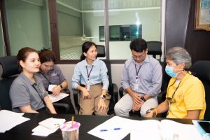 การฝึกอบรม ฝึกอบรม การอบรม อบรม การสัมมนา สัมมนา จัดสัมมนา การสอน สอน วิชา บรรยาย ปฏิบัติ ฝึกปฏิบัติ กิจกรรมกลุ่ม ประชุม ระดมสมอง อภิปราย รายงาน นำเสนอ train training seminar topic course outline proposal group brainstorming workshop discuss discussion content topic syllabus curriculum development วิชา เนื้อหา หัวข้อ รูปแบบ ผู้เข้าอบรม ห้องเรียน ห้องอบรม ห้องประชุม หลักสูตรหัวหน้างาน หลักสูตรพัฒนาหัวหน้างาน หลักสูตรหัวหน้างานยุคใหม่ การบริหาร management หัวหน้างาน supervisor การบังคับบัญชาสำหรับหัวหน้างาน supervisory บทบาทหัวหน้างาน บทบาทและหน้าที่หัวหน้างาน supervisory skill การแก้ปัญหาและตัดสินใจ problem solving problem solving and decision making การบริหารความขัดแย้ง conflict conflict management การเป็นผู้นำ leadership ผู้นำ leader โค้ช coach การสอนงาน coaching การสั่งการ การสั่งงาน directing การมอบหมายงาน delegation การควบคุมงาน controlling การจูงใจ การจูงใจผู้ใต้บังคับบัญชา การจูงใจลูกน้อง motivation การประเมินผลการปฏิบัติงาน performance appraisal การบริหารทรัพยากรบุคคล human resource management งานด้านบุคคล hr human resource การบริหารทรัพยากรมนุษย์ การพัฒนาบุคลากร แผนการฝึกอบรมประจำปี training training road map การรักษาบุคลากร engagement การรักษาคนเก่ง talent retention การคิดอย่างเป็นระบบ systematic thinking การคิดสร้างสรรค์ creative thinking การทำงานเป็นทีม team teamwork การสื่อสาร communication การประสานงาน cooperation การเจรจาต่อรอง negotiation การนำเสนอ present presentation presentation skill presentation technique การวางแผน plan planning การจัดลำดับความสำคัญของงาน priority setting การให้คำปรึกษา counseling การเป็นพี่เลี้ยง พี่เลี้ยง mentor mentoring การสัมภาษณ์พนักงาน interview interviewing ความฉลาดทางอารมณ์ E.Q. e.q. 5ส 5s การเพิ่มผลผลิต productivity การลดต้นทุน cost cost reduction การขาย sales การตลาด marketing การให้บริการ service service mind การบริหารลูกค้าสัมพันธ์ crm customer relationship management การบริหารเชิงกลยุทธ์ strategic management การวางแผนกลยุทธ์ strategic planning การกำหนดตัวชี้วัดในการทำงาน kpi การบริหารเวลา time management โหงวเฮ้ง kaizen บริษัท ไอเดียล อินโนเวชั่น จำกัด ไอเดียลอินโนเวชั่น วิชิต สุรพนานนท์ชัย ดร.วิชิต สุรพนานนท์ชัย วิทยากร อาจารย์ ด๊อกเตอร์ ดร. บริษัทวางระบบองค์กร วางระบบองค์กร วางระบบบริษัท รับวางระบบบริษัท บริษัทวางระบบ การวางระบบบริษัท บริษัทที่ปรึกษา บริษัทวางระบบด้านงานบุคคล ที่ปรึกษา งานที่ปรึกษา ที่ปรึกษาด้าน hr บริษัทที่ปรึกษาด้าน hr ที่ปรึกษา hr ปรึกษา hr ที่ปรึกษางาน hr ที่ปรึกษาด้านทรัพยากรบุคคล บริษัท hr consultant บริษัทที่ปรึกษาด้าน hrd ที่ปรึกษา hrd ปรึกษา hrd ที่ปรึกษางาน hrd บริษัทที่ปรึกษาธุรกิจ บริษัทที่ปรึกษาจำกัด ที่ปรึกษาองค์กร บริษัทรับวางระบบ วางระบบด้านงานบุคคล วางระบบด้านการบริหาร วางระบบด้าน hr งานด้าน hr ผู้เชี่ยวชาญด้าน hr ที่ปรึกษาด้านการขาย วางระบบด้านการขาย ที่ปรึกษาด้านการตลาด วางระบบด้านการตลาด ที่ปรึกษาด้านบัญชี วางระบบด้านบัญชี ที่ปรึกษาด้านการเงิน วางระบบด้านการเงิน ที่ปรึกษาด้านบริการ วางระบบด้านบริการ DeepSeek Gemini ChatGPT
